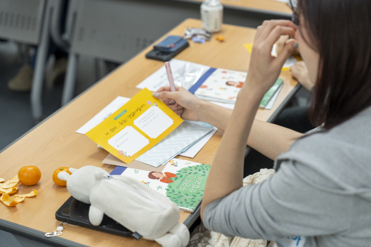 YTo1ODp7czo4OiJGaWxlTmFtZSI7czo0MDoiMDM5MDJhYTYtYWVkNi00NzJhLTkwOWYtN2YwMmI5OGNmYWQ0LmpwZyI7czoxMjoiRmlsZURhdGVUaW1lIjtpOjE3Njg4ODY0MTk7czo4OiJGaWxlU2l6ZSI7aTo5MzQ2Mzg7czo4OiJGaWxlVHlwZSI7aToyO3M6ODoiTWltZVR5cGUiO3M6MTA6ImltYWdlL2pwZWciO3M6MTM6IlNlY3Rpb25zRm91bmQiO3M6MzA6IkFOWV9UQUcsIElGRDAsIFRIVU1CTkFJTCwgRVhJRiI7czo4OiJDT01QVVRFRCI7YTo5OntzOjQ6Imh0bWwiO3M6MjY6IndpZHRoPSIxNzUyIiBoZWlnaHQ9IjExNjgiIjtzOjY6IkhlaWdodCI7aToxMTY4O3M6NToiV2lkdGgiO2k6MTc1MjtzOjc6IklzQ29sb3IiO2k6MTtzOjE3OiJCeXRlT3JkZXJNb3Rvcm9sYSI7aTowO3M6MTU6IkFwZXJ0dXJlRk51bWJlciI7czo1OiJmLzMuMiI7czo5OiJDb3B5cmlnaHQiO3M6NDoiWUFCQyI7czoxODoiVGh1bWJuYWlsLkZpbGVUeXBlIjtpOjI7czoxODoiVGh1bWJuYWlsLk1pbWVUeXBlIjtzOjEwOiJpbWFnZS9qcGVnIjt9czo0OiJNYWtlIjtzOjQ6IlNPTlkiO3M6NToiTW9kZWwiO3M6ODoiSUxDRS03TTQiO3M6MTE6IlhSZXNvbHV0aW9uIjtzOjU6IjI0MC8xIjtzOjExOiJZUmVzb2x1dGlvbiI7czo1OiIyNDAvMSI7czoxNDoiUmVzb2x1dGlvblVuaXQiO2k6MjtzOjg6IlNvZnR3YXJlIjtzOjUyOiJBZG9iZSBQaG90b3Nob3AgTGlnaHRyb29tIENsYXNzaWMgMTQuMS4xIChNYWNpbnRvc2gpIjtzOjg6IkRhdGVUaW1lIjtzOjE5OiIyMDI2OjAxOjE5IDIxOjM2OjEzIjtzOjY6IkFydGlzdCI7czo3OiJZQUJDX1NHIjtzOjk6IkNvcHlyaWdodCI7czo0OiJZQUJDIjtzOjE2OiJFeGlmX0lGRF9Qb2ludGVyIjtpOjI1NDtzOjk6IlRIVU1CTkFJTCI7YTo2OntzOjExOiJDb21wcmVzc2lvbiI7aTo2O3M6MTE6IlhSZXNvbHV0aW9uIjtzOjQ6IjcyLzEiO3M6MTE6IllSZXNvbHV0aW9uIjtzOjQ6IjcyLzEiO3M6MTQ6IlJlc29sdXRpb25Vbml0IjtpOjI7czoyMToiSlBFR0ludGVyY2hhbmdlRm9ybWF0IjtpOjEwNDA7czoyNzoiSlBFR0ludGVyY2hhbmdlRm9ybWF0TGVuZ3RoIjtpOjE0NTY5O31zOjEyOiJFeHBvc3VyZVRpbWUiO3M6NDoiMS82MCI7czo3OiJGTnVtYmVyIjtzOjU6IjMyLzEwIjtzOjE1OiJFeHBvc3VyZVByb2dyYW0iO2k6MTtzOjE1OiJJU09TcGVlZFJhdGluZ3MiO2k6MTYwO3M6MTk6IlVuZGVmaW5lZFRhZzoweDg4MzAiO2k6MjtzOjE5OiJVbmRlZmluZWRUYWc6MHg4ODMyIjtpOjE2MDtzOjExOiJFeGlmVmVyc2lvbiI7czo0OiIwMjMyIjtzOjE2OiJEYXRlVGltZU9yaWdpbmFsIjtzOjE5OiIyMDI2OjAxOjE3IDE0OjExOjI1IjtzOjE3OiJEYXRlVGltZURpZ2l0aXplZCI7czoxOToiMjAyNjowMToxNyAxNDoxMToyNSI7czoxOToiVW5kZWZpbmVkVGFnOjB4OTAxMCI7czo2OiIrMDk6MDAiO3M6MTk6IlVuZGVmaW5lZFRhZzoweDkwMTEiO3M6NjoiKzA5OjAwIjtzOjE5OiJVbmRlZmluZWRUYWc6MHg5MDEyIjtzOjY6IiswOTowMCI7czoxNzoiU2h1dHRlclNwZWVkVmFsdWUiO3M6MTU6IjU5MDY4OTEvMTAwMDAwMCI7czoxMzoiQXBlcnR1cmVWYWx1ZSI7czoxNToiMzM1NjE0NC8xMDAwMDAwIjtzOjE1OiJCcmlnaHRuZXNzVmFsdWUiO3M6OToiODczNC8yNTYwIjtzOjE3OiJFeHBvc3VyZUJpYXNWYWx1ZSI7czo0OiIwLzEwIjtzOjE2OiJNYXhBcGVydHVyZVZhbHVlIjtzOjc6Ijc2MC8yNTYiO3M6MTI6Ik1ldGVyaW5nTW9kZSI7aTo1O3M6MTE6IkxpZ2h0U291cmNlIjtpOjI1NTtzOjU6IkZsYXNoIjtpOjEzO3M6MTE6IkZvY2FsTGVuZ3RoIjtzOjY6IjcwMC8xMCI7czoxODoiU3ViU2VjVGltZU9yaWdpbmFsIjtzOjM6IjE1NyI7czoxOToiU3ViU2VjVGltZURpZ2l0aXplZCI7czozOiIxNTciO3M6MTA6IkNvbG9yU3BhY2UiO2k6NjU1MzU7czoyMToiRm9jYWxQbGFuZVhSZXNvbHV0aW9uIjtzOjE0OiI2NDQ0OTMzOS8zMjc2OCI7czoyMToiRm9jYWxQbGFuZVlSZXNvbHV0aW9uIjtzOjE0OiI2NDQ0OTMzOS8zMjc2OCI7czoyNDoiRm9jYWxQbGFuZVJlc29sdXRpb25Vbml0IjtpOjM7czoxMDoiRmlsZVNvdXJjZSI7czoxOiIDIjtzOjk6IlNjZW5lVHlwZSI7czoxOiIBIjtzOjE0OiJDdXN0b21SZW5kZXJlZCI7aTowO3M6MTI6IkV4cG9zdXJlTW9kZSI7aToxO3M6MTI6IldoaXRlQmFsYW5jZSI7aToxO3M6MTY6IkRpZ2l0YWxab29tUmF0aW8iO3M6NToiMTYvMTYiO3M6MjE6IkZvY2FsTGVuZ3RoSW4zNW1tRmlsbSI7aTo3MDtzOjE2OiJTY2VuZUNhcHR1cmVUeXBlIjtpOjA7czo4OiJDb250cmFzdCI7aToxO3M6MTA6IlNhdHVyYXRpb24iO2k6MTtzOjk6IlNoYXJwbmVzcyI7aTowO3M6MTk6IlVuZGVmaW5lZFRhZzoweEE0MzIiO2E6NDp7aTowO3M6NjoiMjQwLzEwIjtpOjE7czo2OiI3MDAvMTAiO2k6MjtzOjU6IjI4LzEwIjtpOjM7czo1OiIyOC8xMCI7fXM6MTk6IlVuZGVmaW5lZFRhZzoweEE0MzQiO3M6MjE6IkZFIDI0LTcwbW0gRjIuOCBHTSBJSSI7fQ==