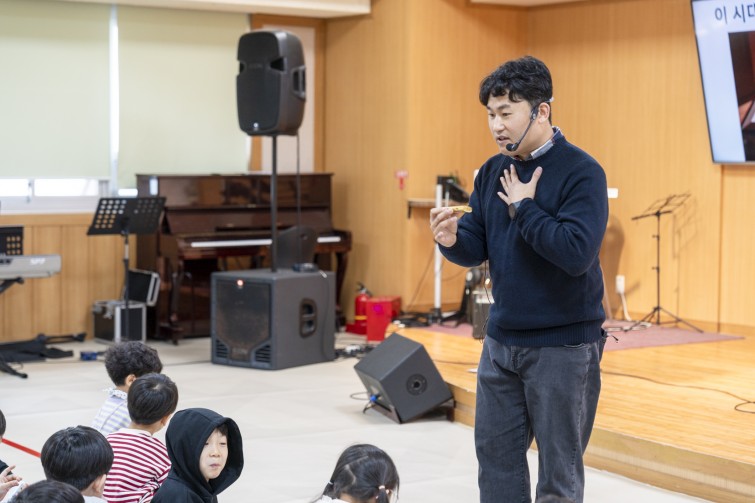 YTo1ODp7czo4OiJGaWxlTmFtZSI7czo0MDoiMDk0NTY5ZGMtNjUxMy00Y2RmLWFkN2ItYjIwZDY5OTVhYTZjLmpwZyI7czoxMjoiRmlsZURhdGVUaW1lIjtpOjE3Njc2NjY1ODY7czo4OiJGaWxlU2l6ZSI7aToxMDQxMDIwO3M6ODoiRmlsZVR5cGUiO2k6MjtzOjg6Ik1pbWVUeXBlIjtzOjEwOiJpbWFnZS9qcGVnIjtzOjEzOiJTZWN0aW9uc0ZvdW5kIjtzOjMwOiJBTllfVEFHLCBJRkQwLCBUSFVNQk5BSUwsIEVYSUYiO3M6ODoiQ09NUFVURUQiO2E6OTp7czo0OiJodG1sIjtzOjI2OiJ3aWR0aD0iMTY1NSIgaGVpZ2h0PSIxMTAzIiI7czo2OiJIZWlnaHQiO2k6MTEwMztzOjU6IldpZHRoIjtpOjE2NTU7czo3OiJJc0NvbG9yIjtpOjE7czoxNzoiQnl0ZU9yZGVyTW90b3JvbGEiO2k6MDtzOjE1OiJBcGVydHVyZUZOdW1iZXIiO3M6NToiZi8yLjgiO3M6OToiQ29weXJpZ2h0IjtzOjQ6IllBQkMiO3M6MTg6IlRodW1ibmFpbC5GaWxlVHlwZSI7aToyO3M6MTg6IlRodW1ibmFpbC5NaW1lVHlwZSI7czoxMDoiaW1hZ2UvanBlZyI7fXM6NDoiTWFrZSI7czo0OiJTT05ZIjtzOjU6Ik1vZGVsIjtzOjg6IklMQ0UtN000IjtzOjExOiJYUmVzb2x1dGlvbiI7czo1OiIyNDAvMSI7czoxMToiWVJlc29sdXRpb24iO3M6NToiMjQwLzEiO3M6MTQ6IlJlc29sdXRpb25Vbml0IjtpOjI7czo4OiJTb2Z0d2FyZSI7czo1MDoiQWRvYmUgUGhvdG9zaG9wIExpZ2h0cm9vbSBDbGFzc2ljIDE1LjEgKE1hY2ludG9zaCkiO3M6ODoiRGF0ZVRpbWUiO3M6MTk6IjIwMjY6MDE6MDYgMTE6MjY6MjkiO3M6NjoiQXJ0aXN0IjtzOjc6IllBQkNfU0ciO3M6OToiQ29weXJpZ2h0IjtzOjQ6IllBQkMiO3M6MTY6IkV4aWZfSUZEX1BvaW50ZXIiO2k6MjUyO3M6OToiVEhVTUJOQUlMIjthOjY6e3M6MTE6IkNvbXByZXNzaW9uIjtpOjY7czoxMToiWFJlc29sdXRpb24iO3M6NDoiNzIvMSI7czoxMToiWVJlc29sdXRpb24iO3M6NDoiNzIvMSI7czoxNDoiUmVzb2x1dGlvblVuaXQiO2k6MjtzOjIxOiJKUEVHSW50ZXJjaGFuZ2VGb3JtYXQiO2k6MTAzODtzOjI3OiJKUEVHSW50ZXJjaGFuZ2VGb3JtYXRMZW5ndGgiO2k6MTQ4NzE7fXM6MTI6IkV4cG9zdXJlVGltZSI7czo1OiIxLzEwMCI7czo3OiJGTnVtYmVyIjtzOjU6IjI4LzEwIjtzOjE1OiJFeHBvc3VyZVByb2dyYW0iO2k6MTtzOjE1OiJJU09TcGVlZFJhdGluZ3MiO2k6MjAwO3M6MTk6IlVuZGVmaW5lZFRhZzoweDg4MzAiO2k6MjtzOjE5OiJVbmRlZmluZWRUYWc6MHg4ODMyIjtpOjIwMDtzOjExOiJFeGlmVmVyc2lvbiI7czo0OiIwMjMyIjtzOjE2OiJEYXRlVGltZU9yaWdpbmFsIjtzOjE5OiIyMDI2OjAxOjA0IDExOjU4OjExIjtzOjE3OiJEYXRlVGltZURpZ2l0aXplZCI7czoxOToiMjAyNjowMTowNCAxMTo1ODoxMSI7czoxOToiVW5kZWZpbmVkVGFnOjB4OTAxMCI7czo2OiIrMDk6MDAiO3M6MTk6IlVuZGVmaW5lZFRhZzoweDkwMTEiO3M6NjoiKzA5OjAwIjtzOjE5OiJVbmRlZmluZWRUYWc6MHg5MDEyIjtzOjY6IiswOTowMCI7czoxNzoiU2h1dHRlclNwZWVkVmFsdWUiO3M6MTU6IjY2NDM4NTYvMTAwMDAwMCI7czoxMzoiQXBlcnR1cmVWYWx1ZSI7czoxNToiMjk3MDg1NC8xMDAwMDAwIjtzOjE1OiJCcmlnaHRuZXNzVmFsdWUiO3M6OToiNjAyNC8yNTYwIjtzOjE3OiJFeHBvc3VyZUJpYXNWYWx1ZSI7czo0OiIwLzEwIjtzOjE2OiJNYXhBcGVydHVyZVZhbHVlIjtzOjc6Ijc2MC8yNTYiO3M6MTI6Ik1ldGVyaW5nTW9kZSI7aTo1O3M6MTE6IkxpZ2h0U291cmNlIjtpOjA7czo1OiJGbGFzaCI7aToxNjtzOjExOiJGb2NhbExlbmd0aCI7czo2OiI3MDAvMTAiO3M6MTg6IlN1YlNlY1RpbWVPcmlnaW5hbCI7czozOiIxMTMiO3M6MTk6IlN1YlNlY1RpbWVEaWdpdGl6ZWQiO3M6MzoiMTEzIjtzOjEwOiJDb2xvclNwYWNlIjtpOjY1NTM1O3M6MjE6IkZvY2FsUGxhbmVYUmVzb2x1dGlvbiI7czoxNDoiNjQ0NDkzMzkvMzI3NjgiO3M6MjE6IkZvY2FsUGxhbmVZUmVzb2x1dGlvbiI7czoxNDoiNjQ0NDkzMzkvMzI3NjgiO3M6MjQ6IkZvY2FsUGxhbmVSZXNvbHV0aW9uVW5pdCI7aTozO3M6MTA6IkZpbGVTb3VyY2UiO3M6MToiAyI7czo5OiJTY2VuZVR5cGUiO3M6MToiASI7czoxNDoiQ3VzdG9tUmVuZGVyZWQiO2k6MDtzOjEyOiJFeHBvc3VyZU1vZGUiO2k6MTtzOjEyOiJXaGl0ZUJhbGFuY2UiO2k6MDtzOjE2OiJEaWdpdGFsWm9vbVJhdGlvIjtzOjU6IjE2LzE2IjtzOjIxOiJGb2NhbExlbmd0aEluMzVtbUZpbG0iO2k6NzA7czoxNjoiU2NlbmVDYXB0dXJlVHlwZSI7aTowO3M6ODoiQ29udHJhc3QiO2k6MDtzOjEwOiJTYXR1cmF0aW9uIjtpOjA7czo5OiJTaGFycG5lc3MiO2k6MDtzOjE5OiJVbmRlZmluZWRUYWc6MHhBNDMyIjthOjQ6e2k6MDtzOjY6IjI0MC8xMCI7aToxO3M6NjoiNzAwLzEwIjtpOjI7czo1OiIyOC8xMCI7aTozO3M6NToiMjgvMTAiO31zOjE5OiJVbmRlZmluZWRUYWc6MHhBNDM0IjtzOjIxOiJGRSAyNC03MG1tIEYyLjggR00gSUkiO30=