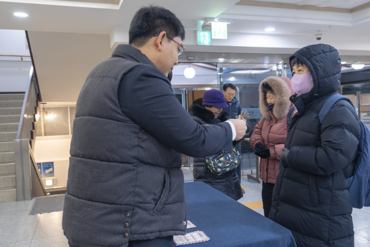 YTo1ODp7czo4OiJGaWxlTmFtZSI7czo0MDoiMGEwZGU0ZjYtNWFkMy00MGFjLWJjOWUtYTEzMDYzNjliODIyLmpwZyI7czoxMjoiRmlsZURhdGVUaW1lIjtpOjE3Njc0Mjk5NDM7czo4OiJGaWxlU2l6ZSI7aTo5NzQ1MjE7czo4OiJGaWxlVHlwZSI7aToyO3M6ODoiTWltZVR5cGUiO3M6MTA6ImltYWdlL2pwZWciO3M6MTM6IlNlY3Rpb25zRm91bmQiO3M6MzA6IkFOWV9UQUcsIElGRDAsIFRIVU1CTkFJTCwgRVhJRiI7czo4OiJDT01QVVRFRCI7YTo5OntzOjQ6Imh0bWwiO3M6MjY6IndpZHRoPSIxNTMyIiBoZWlnaHQ9IjEwMjEiIjtzOjY6IkhlaWdodCI7aToxMDIxO3M6NToiV2lkdGgiO2k6MTUzMjtzOjc6IklzQ29sb3IiO2k6MTtzOjE3OiJCeXRlT3JkZXJNb3Rvcm9sYSI7aTowO3M6MTU6IkFwZXJ0dXJlRk51bWJlciI7czo1OiJmLzQuMCI7czo5OiJDb3B5cmlnaHQiO3M6NDoiWUFCQyI7czoxODoiVGh1bWJuYWlsLkZpbGVUeXBlIjtpOjI7czoxODoiVGh1bWJuYWlsLk1pbWVUeXBlIjtzOjEwOiJpbWFnZS9qcGVnIjt9czo0OiJNYWtlIjtzOjQ6IlNPTlkiO3M6NToiTW9kZWwiO3M6ODoiSUxDRS03TTQiO3M6MTE6IlhSZXNvbHV0aW9uIjtzOjU6IjI0MC8xIjtzOjExOiJZUmVzb2x1dGlvbiI7czo1OiIyNDAvMSI7czoxNDoiUmVzb2x1dGlvblVuaXQiO2k6MjtzOjg6IlNvZnR3YXJlIjtzOjUwOiJBZG9iZSBQaG90b3Nob3AgTGlnaHRyb29tIENsYXNzaWMgMTUuMSAoTWFjaW50b3NoKSI7czo4OiJEYXRlVGltZSI7czoxOToiMjAyNjowMTowMyAxNzowOTo1NSI7czo2OiJBcnRpc3QiO3M6NzoiWUFCQ19TRyI7czo5OiJDb3B5cmlnaHQiO3M6NDoiWUFCQyI7czoxNjoiRXhpZl9JRkRfUG9pbnRlciI7aToyNTI7czo5OiJUSFVNQk5BSUwiO2E6Njp7czoxMToiQ29tcHJlc3Npb24iO2k6NjtzOjExOiJYUmVzb2x1dGlvbiI7czo0OiI3Mi8xIjtzOjExOiJZUmVzb2x1dGlvbiI7czo0OiI3Mi8xIjtzOjE0OiJSZXNvbHV0aW9uVW5pdCI7aToyO3M6MjE6IkpQRUdJbnRlcmNoYW5nZUZvcm1hdCI7aToxMDM4O3M6Mjc6IkpQRUdJbnRlcmNoYW5nZUZvcm1hdExlbmd0aCI7aToxMzY2NTt9czoxMjoiRXhwb3N1cmVUaW1lIjtzOjQ6IjEvNjAiO3M6NzoiRk51bWJlciI7czozOiI0LzEiO3M6MTU6IkV4cG9zdXJlUHJvZ3JhbSI7aToxO3M6MTU6IklTT1NwZWVkUmF0aW5ncyI7aTo1MDA7czoxOToiVW5kZWZpbmVkVGFnOjB4ODgzMCI7aToyO3M6MTk6IlVuZGVmaW5lZFRhZzoweDg4MzIiO2k6NTAwO3M6MTE6IkV4aWZWZXJzaW9uIjtzOjQ6IjAyMzIiO3M6MTY6IkRhdGVUaW1lT3JpZ2luYWwiO3M6MTk6IjIwMjY6MDE6MDIgMDU6NDE6MzAiO3M6MTc6IkRhdGVUaW1lRGlnaXRpemVkIjtzOjE5OiIyMDI2OjAxOjAyIDA1OjQxOjMwIjtzOjE5OiJVbmRlZmluZWRUYWc6MHg5MDEwIjtzOjY6IiswOTowMCI7czoxOToiVW5kZWZpbmVkVGFnOjB4OTAxMSI7czo2OiIrMDk6MDAiO3M6MTk6IlVuZGVmaW5lZFRhZzoweDkwMTIiO3M6NjoiKzA5OjAwIjtzOjE3OiJTaHV0dGVyU3BlZWRWYWx1ZSI7czoxNToiNTkwNjg5MS8xMDAwMDAwIjtzOjEzOiJBcGVydHVyZVZhbHVlIjtzOjM6IjQvMSI7czoxNToiQnJpZ2h0bmVzc1ZhbHVlIjtzOjk6IjM1OTQvMjU2MCI7czoxNzoiRXhwb3N1cmVCaWFzVmFsdWUiO3M6NDoiMC8xMCI7czoxNjoiTWF4QXBlcnR1cmVWYWx1ZSI7czo3OiI3NjAvMjU2IjtzOjEyOiJNZXRlcmluZ01vZGUiO2k6NTtzOjExOiJMaWdodFNvdXJjZSI7aTowO3M6NToiRmxhc2giO2k6MTY7czoxMToiRm9jYWxMZW5ndGgiO3M6NjoiMjgwLzEwIjtzOjE4OiJTdWJTZWNUaW1lT3JpZ2luYWwiO3M6MzoiNTg5IjtzOjE5OiJTdWJTZWNUaW1lRGlnaXRpemVkIjtzOjM6IjU4OSI7czoxMDoiQ29sb3JTcGFjZSI7aTo2NTUzNTtzOjIxOiJGb2NhbFBsYW5lWFJlc29sdXRpb24iO3M6MTQ6IjY0NDQ5MzM5LzMyNzY4IjtzOjIxOiJGb2NhbFBsYW5lWVJlc29sdXRpb24iO3M6MTQ6IjY0NDQ5MzM5LzMyNzY4IjtzOjI0OiJGb2NhbFBsYW5lUmVzb2x1dGlvblVuaXQiO2k6MztzOjEwOiJGaWxlU291cmNlIjtzOjE6IgMiO3M6OToiU2NlbmVUeXBlIjtzOjE6IgEiO3M6MTQ6IkN1c3RvbVJlbmRlcmVkIjtpOjA7czoxMjoiRXhwb3N1cmVNb2RlIjtpOjE7czoxMjoiV2hpdGVCYWxhbmNlIjtpOjA7czoxNjoiRGlnaXRhbFpvb21SYXRpbyI7czo1OiIxNi8xNiI7czoyMToiRm9jYWxMZW5ndGhJbjM1bW1GaWxtIjtpOjI4O3M6MTY6IlNjZW5lQ2FwdHVyZVR5cGUiO2k6MDtzOjg6IkNvbnRyYXN0IjtpOjA7czoxMDoiU2F0dXJhdGlvbiI7aTowO3M6OToiU2hhcnBuZXNzIjtpOjA7czoxOToiVW5kZWZpbmVkVGFnOjB4QTQzMiI7YTo0OntpOjA7czo2OiIyNDAvMTAiO2k6MTtzOjY6IjcwMC8xMCI7aToyO3M6NToiMjgvMTAiO2k6MztzOjU6IjI4LzEwIjt9czoxOToiVW5kZWZpbmVkVGFnOjB4QTQzNCI7czoyMToiRkUgMjQtNzBtbSBGMi44IEdNIElJIjt9