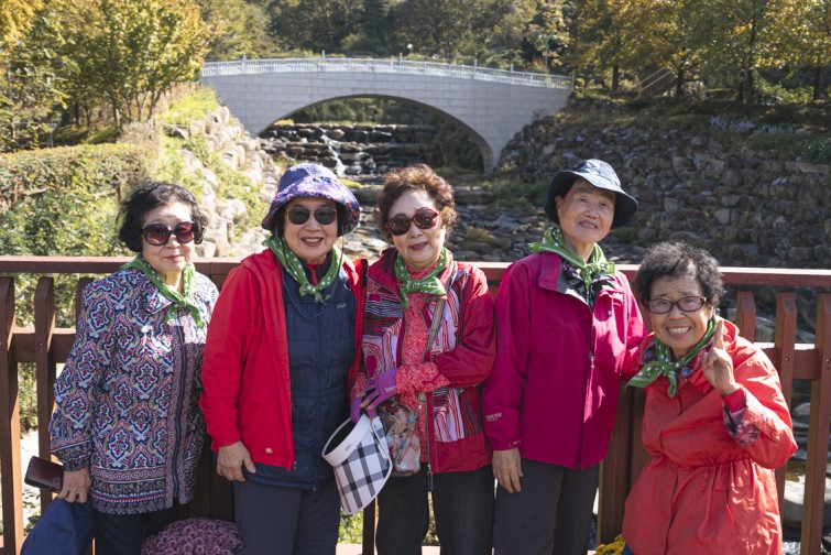 YTo1ODp7czo4OiJGaWxlTmFtZSI7czo0MDoiMTI0YjcyNzAtNjdjNC00YWI4LTg4NGQtZjhiZDRlOTdjNzhhLmpwZyI7czoxMjoiRmlsZURhdGVUaW1lIjtpOjE3NjEyOTgxMDE7czo4OiJGaWxlU2l6ZSI7aTo5ODE5OTg7czo4OiJGaWxlVHlwZSI7aToyO3M6ODoiTWltZVR5cGUiO3M6MTA6ImltYWdlL2pwZWciO3M6MTM6IlNlY3Rpb25zRm91bmQiO3M6MzA6IkFOWV9UQUcsIElGRDAsIFRIVU1CTkFJTCwgRVhJRiI7czo4OiJDT01QVVRFRCI7YTo5OntzOjQ6Imh0bWwiO3M6MjU6IndpZHRoPSIxMTI5IiBoZWlnaHQ9Ijc1MyIiO3M6NjoiSGVpZ2h0IjtpOjc1MztzOjU6IldpZHRoIjtpOjExMjk7czo3OiJJc0NvbG9yIjtpOjE7czoxNzoiQnl0ZU9yZGVyTW90b3JvbGEiO2k6MDtzOjE1OiJBcGVydHVyZUZOdW1iZXIiO3M6NToiZi8zLjIiO3M6OToiQ29weXJpZ2h0IjtzOjQ6IllBQkMiO3M6MTg6IlRodW1ibmFpbC5GaWxlVHlwZSI7aToyO3M6MTg6IlRodW1ibmFpbC5NaW1lVHlwZSI7czoxMDoiaW1hZ2UvanBlZyI7fXM6NDoiTWFrZSI7czo0OiJTT05ZIjtzOjU6Ik1vZGVsIjtzOjg6IklMQ0UtN000IjtzOjExOiJYUmVzb2x1dGlvbiI7czo1OiIyNDAvMSI7czoxMToiWVJlc29sdXRpb24iO3M6NToiMjQwLzEiO3M6MTQ6IlJlc29sdXRpb25Vbml0IjtpOjI7czo4OiJTb2Z0d2FyZSI7czo1MjoiQWRvYmUgUGhvdG9zaG9wIExpZ2h0cm9vbSBDbGFzc2ljIDE0LjUuMSAoTWFjaW50b3NoKSI7czo4OiJEYXRlVGltZSI7czoxOToiMjAyNToxMDoyNCAxODoyNDowMyI7czo2OiJBcnRpc3QiO3M6NzoiWUFCQ19TRyI7czo5OiJDb3B5cmlnaHQiO3M6NDoiWUFCQyI7czoxNjoiRXhpZl9JRkRfUG9pbnRlciI7aToyNTQ7czo5OiJUSFVNQk5BSUwiO2E6Njp7czoxMToiQ29tcHJlc3Npb24iO2k6NjtzOjExOiJYUmVzb2x1dGlvbiI7czo0OiI3Mi8xIjtzOjExOiJZUmVzb2x1dGlvbiI7czo0OiI3Mi8xIjtzOjE0OiJSZXNvbHV0aW9uVW5pdCI7aToyO3M6MjE6IkpQRUdJbnRlcmNoYW5nZUZvcm1hdCI7aToxMDQwO3M6Mjc6IkpQRUdJbnRlcmNoYW5nZUZvcm1hdExlbmd0aCI7aToyMzA5Njt9czoxMjoiRXhwb3N1cmVUaW1lIjtzOjY6IjEvNjQwMCI7czo3OiJGTnVtYmVyIjtzOjU6IjMyLzEwIjtzOjE1OiJFeHBvc3VyZVByb2dyYW0iO2k6MTtzOjE1OiJJU09TcGVlZFJhdGluZ3MiO2k6ODAwO3M6MTk6IlVuZGVmaW5lZFRhZzoweDg4MzAiO2k6MjtzOjE5OiJVbmRlZmluZWRUYWc6MHg4ODMyIjtpOjgwMDtzOjExOiJFeGlmVmVyc2lvbiI7czo0OiIwMjMyIjtzOjE2OiJEYXRlVGltZU9yaWdpbmFsIjtzOjE5OiIyMDI1OjEwOjI0IDEwOjQ1OjIzIjtzOjE3OiJEYXRlVGltZURpZ2l0aXplZCI7czoxOToiMjAyNToxMDoyNCAxMDo0NToyMyI7czoxOToiVW5kZWZpbmVkVGFnOjB4OTAxMCI7czo2OiIrMDk6MDAiO3M6MTk6IlVuZGVmaW5lZFRhZzoweDkwMTEiO3M6NjoiKzA5OjAwIjtzOjE5OiJVbmRlZmluZWRUYWc6MHg5MDEyIjtzOjY6IiswOTowMCI7czoxNzoiU2h1dHRlclNwZWVkVmFsdWUiO3M6MTY6IjEyNjQzODU2LzEwMDAwMDAiO3M6MTM6IkFwZXJ0dXJlVmFsdWUiO3M6MTU6IjMzNTYxNDQvMTAwMDAwMCI7czoxNToiQnJpZ2h0bmVzc1ZhbHVlIjtzOjEwOiIxOTA0NC8yNTYwIjtzOjE3OiJFeHBvc3VyZUJpYXNWYWx1ZSI7czo0OiIwLzEwIjtzOjE2OiJNYXhBcGVydHVyZVZhbHVlIjtzOjc6Ijc2MC8yNTYiO3M6MTI6Ik1ldGVyaW5nTW9kZSI7aTo1O3M6MTE6IkxpZ2h0U291cmNlIjtpOjI1NTtzOjU6IkZsYXNoIjtpOjE2O3M6MTE6IkZvY2FsTGVuZ3RoIjtzOjY6IjI0MC8xMCI7czoxODoiU3ViU2VjVGltZU9yaWdpbmFsIjtzOjM6IjQzMyI7czoxOToiU3ViU2VjVGltZURpZ2l0aXplZCI7czozOiI0MzMiO3M6MTA6IkNvbG9yU3BhY2UiO2k6NjU1MzU7czoyMToiRm9jYWxQbGFuZVhSZXNvbHV0aW9uIjtzOjE0OiI2NDQ0OTMzOS8zMjc2OCI7czoyMToiRm9jYWxQbGFuZVlSZXNvbHV0aW9uIjtzOjE0OiI2NDQ0OTMzOS8zMjc2OCI7czoyNDoiRm9jYWxQbGFuZVJlc29sdXRpb25Vbml0IjtpOjM7czoxMDoiRmlsZVNvdXJjZSI7czoxOiIDIjtzOjk6IlNjZW5lVHlwZSI7czoxOiIBIjtzOjE0OiJDdXN0b21SZW5kZXJlZCI7aTowO3M6MTI6IkV4cG9zdXJlTW9kZSI7aToxO3M6MTI6IldoaXRlQmFsYW5jZSI7aToxO3M6MTY6IkRpZ2l0YWxab29tUmF0aW8iO3M6NToiMTYvMTYiO3M6MjE6IkZvY2FsTGVuZ3RoSW4zNW1tRmlsbSI7aTozNjtzOjE2OiJTY2VuZUNhcHR1cmVUeXBlIjtpOjA7czo4OiJDb250cmFzdCI7aTowO3M6MTA6IlNhdHVyYXRpb24iO2k6MDtzOjk6IlNoYXJwbmVzcyI7aTowO3M6MTk6IlVuZGVmaW5lZFRhZzoweEE0MzIiO2E6NDp7aTowO3M6NjoiMjQwLzEwIjtpOjE7czo2OiI3MDAvMTAiO2k6MjtzOjU6IjI4LzEwIjtpOjM7czo1OiIyOC8xMCI7fXM6MTk6IlVuZGVmaW5lZFRhZzoweEE0MzQiO3M6MjE6IkZFIDI0LTcwbW0gRjIuOCBHTSBJSSI7fQ==