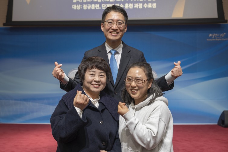 YTo1ODp7czo4OiJGaWxlTmFtZSI7czo0MDoiMTI4NTRlM2EtOTg1YS00MmI2LTlhMTAtZjhlODc5NTg2YTMzLmpwZyI7czoxMjoiRmlsZURhdGVUaW1lIjtpOjE3Njg4ODY1ODI7czo4OiJGaWxlU2l6ZSI7aTo4MjExNDU7czo4OiJGaWxlVHlwZSI7aToyO3M6ODoiTWltZVR5cGUiO3M6MTA6ImltYWdlL2pwZWciO3M6MTM6IlNlY3Rpb25zRm91bmQiO3M6MzA6IkFOWV9UQUcsIElGRDAsIFRIVU1CTkFJTCwgRVhJRiI7czo4OiJDT01QVVRFRCI7YTo5OntzOjQ6Imh0bWwiO3M6MjY6IndpZHRoPSIxNTI5IiBoZWlnaHQ9IjEwMTkiIjtzOjY6IkhlaWdodCI7aToxMDE5O3M6NToiV2lkdGgiO2k6MTUyOTtzOjc6IklzQ29sb3IiO2k6MTtzOjE3OiJCeXRlT3JkZXJNb3Rvcm9sYSI7aTowO3M6MTU6IkFwZXJ0dXJlRk51bWJlciI7czo1OiJmLzMuNSI7czo5OiJDb3B5cmlnaHQiO3M6NDoiWUFCQyI7czoxODoiVGh1bWJuYWlsLkZpbGVUeXBlIjtpOjI7czoxODoiVGh1bWJuYWlsLk1pbWVUeXBlIjtzOjEwOiJpbWFnZS9qcGVnIjt9czo0OiJNYWtlIjtzOjQ6IlNPTlkiO3M6NToiTW9kZWwiO3M6ODoiSUxDRS03TTQiO3M6MTE6IlhSZXNvbHV0aW9uIjtzOjU6IjI0MC8xIjtzOjExOiJZUmVzb2x1dGlvbiI7czo1OiIyNDAvMSI7czoxNDoiUmVzb2x1dGlvblVuaXQiO2k6MjtzOjg6IlNvZnR3YXJlIjtzOjUyOiJBZG9iZSBQaG90b3Nob3AgTGlnaHRyb29tIENsYXNzaWMgMTQuMS4xIChNYWNpbnRvc2gpIjtzOjg6IkRhdGVUaW1lIjtzOjE5OiIyMDI2OjAxOjE5IDIxOjI4OjU5IjtzOjY6IkFydGlzdCI7czo3OiJZQUJDX1NHIjtzOjk6IkNvcHlyaWdodCI7czo0OiJZQUJDIjtzOjE2OiJFeGlmX0lGRF9Qb2ludGVyIjtpOjI1NDtzOjk6IlRIVU1CTkFJTCI7YTo2OntzOjExOiJDb21wcmVzc2lvbiI7aTo2O3M6MTE6IlhSZXNvbHV0aW9uIjtzOjQ6IjcyLzEiO3M6MTE6IllSZXNvbHV0aW9uIjtzOjQ6IjcyLzEiO3M6MTQ6IlJlc29sdXRpb25Vbml0IjtpOjI7czoyMToiSlBFR0ludGVyY2hhbmdlRm9ybWF0IjtpOjEwNDA7czoyNzoiSlBFR0ludGVyY2hhbmdlRm9ybWF0TGVuZ3RoIjtpOjEyOTk0O31zOjEyOiJFeHBvc3VyZVRpbWUiO3M6NToiMS8xMDAiO3M6NzoiRk51bWJlciI7czo1OiIzNS8xMCI7czoxNToiRXhwb3N1cmVQcm9ncmFtIjtpOjE7czoxNToiSVNPU3BlZWRSYXRpbmdzIjtpOjEyNTtzOjE5OiJVbmRlZmluZWRUYWc6MHg4ODMwIjtpOjI7czoxOToiVW5kZWZpbmVkVGFnOjB4ODgzMiI7aToxMjU7czoxMToiRXhpZlZlcnNpb24iO3M6NDoiMDIzMiI7czoxNjoiRGF0ZVRpbWVPcmlnaW5hbCI7czoxOToiMjAyNjowMToxOCAxNDo1ODowNCI7czoxNzoiRGF0ZVRpbWVEaWdpdGl6ZWQiO3M6MTk6IjIwMjY6MDE6MTggMTQ6NTg6MDQiO3M6MTk6IlVuZGVmaW5lZFRhZzoweDkwMTAiO3M6NjoiKzA5OjAwIjtzOjE5OiJVbmRlZmluZWRUYWc6MHg5MDExIjtzOjY6IiswOTowMCI7czoxOToiVW5kZWZpbmVkVGFnOjB4OTAxMiI7czo2OiIrMDk6MDAiO3M6MTc6IlNodXR0ZXJTcGVlZFZhbHVlIjtzOjE1OiI2NjQzODU2LzEwMDAwMDAiO3M6MTM6IkFwZXJ0dXJlVmFsdWUiO3M6MTM6IjM2MTQ3MS8xMDAwMDAiO3M6MTU6IkJyaWdodG5lc3NWYWx1ZSI7czo5OiI4NjY0LzI1NjAiO3M6MTc6IkV4cG9zdXJlQmlhc1ZhbHVlIjtzOjQ6IjAvMTAiO3M6MTY6Ik1heEFwZXJ0dXJlVmFsdWUiO3M6NzoiNzYwLzI1NiI7czoxMjoiTWV0ZXJpbmdNb2RlIjtpOjU7czoxMToiTGlnaHRTb3VyY2UiO2k6MjU1O3M6NToiRmxhc2giO2k6MTM7czoxMToiRm9jYWxMZW5ndGgiO3M6NjoiNDUwLzEwIjtzOjE4OiJTdWJTZWNUaW1lT3JpZ2luYWwiO3M6MzoiOTgzIjtzOjE5OiJTdWJTZWNUaW1lRGlnaXRpemVkIjtzOjM6Ijk4MyI7czoxMDoiQ29sb3JTcGFjZSI7aTo2NTUzNTtzOjIxOiJGb2NhbFBsYW5lWFJlc29sdXRpb24iO3M6MTQ6IjY0NDQ5MzM5LzMyNzY4IjtzOjIxOiJGb2NhbFBsYW5lWVJlc29sdXRpb24iO3M6MTQ6IjY0NDQ5MzM5LzMyNzY4IjtzOjI0OiJGb2NhbFBsYW5lUmVzb2x1dGlvblVuaXQiO2k6MztzOjEwOiJGaWxlU291cmNlIjtzOjE6IgMiO3M6OToiU2NlbmVUeXBlIjtzOjE6IgEiO3M6MTQ6IkN1c3RvbVJlbmRlcmVkIjtpOjA7czoxMjoiRXhwb3N1cmVNb2RlIjtpOjE7czoxMjoiV2hpdGVCYWxhbmNlIjtpOjE7czoxNjoiRGlnaXRhbFpvb21SYXRpbyI7czo1OiIxNi8xNiI7czoyMToiRm9jYWxMZW5ndGhJbjM1bW1GaWxtIjtpOjQ1O3M6MTY6IlNjZW5lQ2FwdHVyZVR5cGUiO2k6MDtzOjg6IkNvbnRyYXN0IjtpOjE7czoxMDoiU2F0dXJhdGlvbiI7aToxO3M6OToiU2hhcnBuZXNzIjtpOjA7czoxOToiVW5kZWZpbmVkVGFnOjB4QTQzMiI7YTo0OntpOjA7czo2OiIyNDAvMTAiO2k6MTtzOjY6IjcwMC8xMCI7aToyO3M6NToiMjgvMTAiO2k6MztzOjU6IjI4LzEwIjt9czoxOToiVW5kZWZpbmVkVGFnOjB4QTQzNCI7czoyMToiRkUgMjQtNzBtbSBGMi44IEdNIElJIjt9