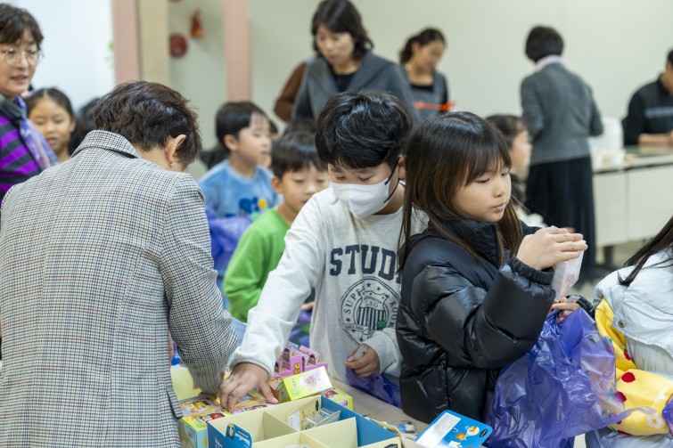 YTo1ODp7czo4OiJGaWxlTmFtZSI7czo0MDoiMWFlZGU2ODctZGJlOC00MGY1LWJhZGItMWVjNzU0MTVlMDBkLmpwZyI7czoxMjoiRmlsZURhdGVUaW1lIjtpOjE3NjQzMTgxMDM7czo4OiJGaWxlU2l6ZSI7aToxNTk4NzQ3O3M6ODoiRmlsZVR5cGUiO2k6MjtzOjg6Ik1pbWVUeXBlIjtzOjEwOiJpbWFnZS9qcGVnIjtzOjEzOiJTZWN0aW9uc0ZvdW5kIjtzOjMwOiJBTllfVEFHLCBJRkQwLCBUSFVNQk5BSUwsIEVYSUYiO3M6ODoiQ09NUFVURUQiO2E6OTp7czo0OiJodG1sIjtzOjI2OiJ3aWR0aD0iMTc1MiIgaGVpZ2h0PSIxMTY4IiI7czo2OiJIZWlnaHQiO2k6MTE2ODtzOjU6IldpZHRoIjtpOjE3NTI7czo3OiJJc0NvbG9yIjtpOjE7czoxNzoiQnl0ZU9yZGVyTW90b3JvbGEiO2k6MDtzOjE1OiJBcGVydHVyZUZOdW1iZXIiO3M6NToiZi8zLjIiO3M6OToiQ29weXJpZ2h0IjtzOjQ6IllBQkMiO3M6MTg6IlRodW1ibmFpbC5GaWxlVHlwZSI7aToyO3M6MTg6IlRodW1ibmFpbC5NaW1lVHlwZSI7czoxMDoiaW1hZ2UvanBlZyI7fXM6NDoiTWFrZSI7czo0OiJTT05ZIjtzOjU6Ik1vZGVsIjtzOjg6IklMQ0UtN000IjtzOjExOiJYUmVzb2x1dGlvbiI7czo1OiIyNDAvMSI7czoxMToiWVJlc29sdXRpb24iO3M6NToiMjQwLzEiO3M6MTQ6IlJlc29sdXRpb25Vbml0IjtpOjI7czo4OiJTb2Z0d2FyZSI7czo1MjoiQWRvYmUgUGhvdG9zaG9wIExpZ2h0cm9vbSBDbGFzc2ljIDE1LjAuMSAoTWFjaW50b3NoKSI7czo4OiJEYXRlVGltZSI7czoxOToiMjAyNToxMToyOCAxNzoxNTo0MyI7czo2OiJBcnRpc3QiO3M6NzoiWUFCQ19TRyI7czo5OiJDb3B5cmlnaHQiO3M6NDoiWUFCQyI7czoxNjoiRXhpZl9JRkRfUG9pbnRlciI7aToyNTQ7czo5OiJUSFVNQk5BSUwiO2E6Njp7czoxMToiQ29tcHJlc3Npb24iO2k6NjtzOjExOiJYUmVzb2x1dGlvbiI7czo0OiI3Mi8xIjtzOjExOiJZUmVzb2x1dGlvbiI7czo0OiI3Mi8xIjtzOjE0OiJSZXNvbHV0aW9uVW5pdCI7aToyO3M6MjE6IkpQRUdJbnRlcmNoYW5nZUZvcm1hdCI7aToxMDQwO3M6Mjc6IkpQRUdJbnRlcmNoYW5nZUZvcm1hdExlbmd0aCI7aToxNzk3Nzt9czoxMjoiRXhwb3N1cmVUaW1lIjtzOjU6IjEvMTI1IjtzOjc6IkZOdW1iZXIiO3M6NToiMzIvMTAiO3M6MTU6IkV4cG9zdXJlUHJvZ3JhbSI7aToxO3M6MTU6IklTT1NwZWVkUmF0aW5ncyI7aTo2NDA7czoxOToiVW5kZWZpbmVkVGFnOjB4ODgzMCI7aToyO3M6MTk6IlVuZGVmaW5lZFRhZzoweDg4MzIiO2k6NjQwO3M6MTE6IkV4aWZWZXJzaW9uIjtzOjQ6IjAyMzIiO3M6MTY6IkRhdGVUaW1lT3JpZ2luYWwiO3M6MTk6IjIwMjU6MTE6MjMgMTI6Mjc6NDIiO3M6MTc6IkRhdGVUaW1lRGlnaXRpemVkIjtzOjE5OiIyMDI1OjExOjIzIDEyOjI3OjQyIjtzOjE5OiJVbmRlZmluZWRUYWc6MHg5MDEwIjtzOjY6IiswOTowMCI7czoxOToiVW5kZWZpbmVkVGFnOjB4OTAxMSI7czo2OiIrMDk6MDAiO3M6MTk6IlVuZGVmaW5lZFRhZzoweDkwMTIiO3M6NjoiKzA5OjAwIjtzOjE3OiJTaHV0dGVyU3BlZWRWYWx1ZSI7czoxNToiNjk2NTc4NC8xMDAwMDAwIjtzOjEzOiJBcGVydHVyZVZhbHVlIjtzOjE1OiIzMzU2MTQ0LzEwMDAwMDAiO3M6MTU6IkJyaWdodG5lc3NWYWx1ZSI7czo5OiI2ODA0LzI1NjAiO3M6MTc6IkV4cG9zdXJlQmlhc1ZhbHVlIjtzOjQ6IjAvMTAiO3M6MTY6Ik1heEFwZXJ0dXJlVmFsdWUiO3M6NzoiNzYwLzI1NiI7czoxMjoiTWV0ZXJpbmdNb2RlIjtpOjU7czoxMToiTGlnaHRTb3VyY2UiO2k6MDtzOjU6IkZsYXNoIjtpOjE2O3M6MTE6IkZvY2FsTGVuZ3RoIjtzOjY6IjYyMC8xMCI7czoxODoiU3ViU2VjVGltZU9yaWdpbmFsIjtzOjM6IjQxOCI7czoxOToiU3ViU2VjVGltZURpZ2l0aXplZCI7czozOiI0MTgiO3M6MTA6IkNvbG9yU3BhY2UiO2k6NjU1MzU7czoyMToiRm9jYWxQbGFuZVhSZXNvbHV0aW9uIjtzOjE0OiI2NDQ0OTMzOS8zMjc2OCI7czoyMToiRm9jYWxQbGFuZVlSZXNvbHV0aW9uIjtzOjE0OiI2NDQ0OTMzOS8zMjc2OCI7czoyNDoiRm9jYWxQbGFuZVJlc29sdXRpb25Vbml0IjtpOjM7czoxMDoiRmlsZVNvdXJjZSI7czoxOiIDIjtzOjk6IlNjZW5lVHlwZSI7czoxOiIBIjtzOjE0OiJDdXN0b21SZW5kZXJlZCI7aTowO3M6MTI6IkV4cG9zdXJlTW9kZSI7aToxO3M6MTI6IldoaXRlQmFsYW5jZSI7aToxO3M6MTY6IkRpZ2l0YWxab29tUmF0aW8iO3M6NToiMTYvMTYiO3M6MjE6IkZvY2FsTGVuZ3RoSW4zNW1tRmlsbSI7aTo2MjtzOjE2OiJTY2VuZUNhcHR1cmVUeXBlIjtpOjA7czo4OiJDb250cmFzdCI7aTowO3M6MTA6IlNhdHVyYXRpb24iO2k6MDtzOjk6IlNoYXJwbmVzcyI7aTowO3M6MTk6IlVuZGVmaW5lZFRhZzoweEE0MzIiO2E6NDp7aTowO3M6NjoiMjQwLzEwIjtpOjE7czo2OiI3MDAvMTAiO2k6MjtzOjU6IjI4LzEwIjtpOjM7czo1OiIyOC8xMCI7fXM6MTk6IlVuZGVmaW5lZFRhZzoweEE0MzQiO3M6MjE6IkZFIDI0LTcwbW0gRjIuOCBHTSBJSSI7fQ==