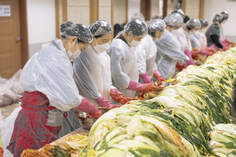 YTo1ODp7czo4OiJGaWxlTmFtZSI7czo0MDoiMWM1NDNjMzctOWZkMy00NDE5LThmZDktMmRkNjQ3MmIzMzRhLmpwZyI7czoxMjoiRmlsZURhdGVUaW1lIjtpOjE3NjQ4MzQ2MTI7czo4OiJGaWxlU2l6ZSI7aToxMzQ5OTc1O3M6ODoiRmlsZVR5cGUiO2k6MjtzOjg6Ik1pbWVUeXBlIjtzOjEwOiJpbWFnZS9qcGVnIjtzOjEzOiJTZWN0aW9uc0ZvdW5kIjtzOjMwOiJBTllfVEFHLCBJRkQwLCBUSFVNQk5BSUwsIEVYSUYiO3M6ODoiQ09NUFVURUQiO2E6OTp7czo0OiJodG1sIjtzOjI2OiJ3aWR0aD0iMTcxNCIgaGVpZ2h0PSIxMTQzIiI7czo2OiJIZWlnaHQiO2k6MTE0MztzOjU6IldpZHRoIjtpOjE3MTQ7czo3OiJJc0NvbG9yIjtpOjE7czoxNzoiQnl0ZU9yZGVyTW90b3JvbGEiO2k6MDtzOjE1OiJBcGVydHVyZUZOdW1iZXIiO3M6NToiZi8zLjIiO3M6OToiQ29weXJpZ2h0IjtzOjQ6IllBQkMiO3M6MTg6IlRodW1ibmFpbC5GaWxlVHlwZSI7aToyO3M6MTg6IlRodW1ibmFpbC5NaW1lVHlwZSI7czoxMDoiaW1hZ2UvanBlZyI7fXM6NDoiTWFrZSI7czo0OiJTT05ZIjtzOjU6Ik1vZGVsIjtzOjg6IklMQ0UtN000IjtzOjExOiJYUmVzb2x1dGlvbiI7czo1OiIyNDAvMSI7czoxMToiWVJlc29sdXRpb24iO3M6NToiMjQwLzEiO3M6MTQ6IlJlc29sdXRpb25Vbml0IjtpOjI7czo4OiJTb2Z0d2FyZSI7czo1MjoiQWRvYmUgUGhvdG9zaG9wIExpZ2h0cm9vbSBDbGFzc2ljIDE1LjAuMSAoTWFjaW50b3NoKSI7czo4OiJEYXRlVGltZSI7czoxOToiMjAyNToxMjowNCAxNTo0Njo0MyI7czo2OiJBcnRpc3QiO3M6NzoiWUFCQ19TRyI7czo5OiJDb3B5cmlnaHQiO3M6NDoiWUFCQyI7czoxNjoiRXhpZl9JRkRfUG9pbnRlciI7aToyNTQ7czo5OiJUSFVNQk5BSUwiO2E6Njp7czoxMToiQ29tcHJlc3Npb24iO2k6NjtzOjExOiJYUmVzb2x1dGlvbiI7czo0OiI3Mi8xIjtzOjExOiJZUmVzb2x1dGlvbiI7czo0OiI3Mi8xIjtzOjE0OiJSZXNvbHV0aW9uVW5pdCI7aToyO3M6MjE6IkpQRUdJbnRlcmNoYW5nZUZvcm1hdCI7aToxMDQwO3M6Mjc6IkpQRUdJbnRlcmNoYW5nZUZvcm1hdExlbmd0aCI7aToxOTI1NDt9czoxMjoiRXhwb3N1cmVUaW1lIjtzOjQ6IjEvNjAiO3M6NzoiRk51bWJlciI7czo1OiIzMi8xMCI7czoxNToiRXhwb3N1cmVQcm9ncmFtIjtpOjE7czoxNToiSVNPU3BlZWRSYXRpbmdzIjtpOjIwMDtzOjE5OiJVbmRlZmluZWRUYWc6MHg4ODMwIjtpOjI7czoxOToiVW5kZWZpbmVkVGFnOjB4ODgzMiI7aToyMDA7czoxMToiRXhpZlZlcnNpb24iO3M6NDoiMDIzMiI7czoxNjoiRGF0ZVRpbWVPcmlnaW5hbCI7czoxOToiMjAyNToxMjowNCAxMDoxMjoxNyI7czoxNzoiRGF0ZVRpbWVEaWdpdGl6ZWQiO3M6MTk6IjIwMjU6MTI6MDQgMTA6MTI6MTciO3M6MTk6IlVuZGVmaW5lZFRhZzoweDkwMTAiO3M6NjoiKzA5OjAwIjtzOjE5OiJVbmRlZmluZWRUYWc6MHg5MDExIjtzOjY6IiswOTowMCI7czoxOToiVW5kZWZpbmVkVGFnOjB4OTAxMiI7czo2OiIrMDk6MDAiO3M6MTc6IlNodXR0ZXJTcGVlZFZhbHVlIjtzOjE1OiI1OTA2ODkxLzEwMDAwMDAiO3M6MTM6IkFwZXJ0dXJlVmFsdWUiO3M6MTU6IjMzNTYxNDQvMTAwMDAwMCI7czoxNToiQnJpZ2h0bmVzc1ZhbHVlIjtzOjk6Ijg5MDQvMjU2MCI7czoxNzoiRXhwb3N1cmVCaWFzVmFsdWUiO3M6NDoiMC8xMCI7czoxNjoiTWF4QXBlcnR1cmVWYWx1ZSI7czo3OiI3NjAvMjU2IjtzOjEyOiJNZXRlcmluZ01vZGUiO2k6NTtzOjExOiJMaWdodFNvdXJjZSI7aTowO3M6NToiRmxhc2giO2k6MTM7czoxMToiRm9jYWxMZW5ndGgiO3M6NjoiNTYwLzEwIjtzOjE4OiJTdWJTZWNUaW1lT3JpZ2luYWwiO3M6MzoiMDY4IjtzOjE5OiJTdWJTZWNUaW1lRGlnaXRpemVkIjtzOjM6IjA2OCI7czoxMDoiQ29sb3JTcGFjZSI7aTo2NTUzNTtzOjIxOiJGb2NhbFBsYW5lWFJlc29sdXRpb24iO3M6MTQ6IjY0NDQ5MzM5LzMyNzY4IjtzOjIxOiJGb2NhbFBsYW5lWVJlc29sdXRpb24iO3M6MTQ6IjY0NDQ5MzM5LzMyNzY4IjtzOjI0OiJGb2NhbFBsYW5lUmVzb2x1dGlvblVuaXQiO2k6MztzOjEwOiJGaWxlU291cmNlIjtzOjE6IgMiO3M6OToiU2NlbmVUeXBlIjtzOjE6IgEiO3M6MTQ6IkN1c3RvbVJlbmRlcmVkIjtpOjA7czoxMjoiRXhwb3N1cmVNb2RlIjtpOjE7czoxMjoiV2hpdGVCYWxhbmNlIjtpOjE7czoxNjoiRGlnaXRhbFpvb21SYXRpbyI7czo1OiIxNi8xNiI7czoyMToiRm9jYWxMZW5ndGhJbjM1bW1GaWxtIjtpOjU2O3M6MTY6IlNjZW5lQ2FwdHVyZVR5cGUiO2k6MDtzOjg6IkNvbnRyYXN0IjtpOjA7czoxMDoiU2F0dXJhdGlvbiI7aTowO3M6OToiU2hhcnBuZXNzIjtpOjA7czoxOToiVW5kZWZpbmVkVGFnOjB4QTQzMiI7YTo0OntpOjA7czo2OiIyNDAvMTAiO2k6MTtzOjY6IjcwMC8xMCI7aToyO3M6NToiMjgvMTAiO2k6MztzOjU6IjI4LzEwIjt9czoxOToiVW5kZWZpbmVkVGFnOjB4QTQzNCI7czoyMToiRkUgMjQtNzBtbSBGMi44IEdNIElJIjt9