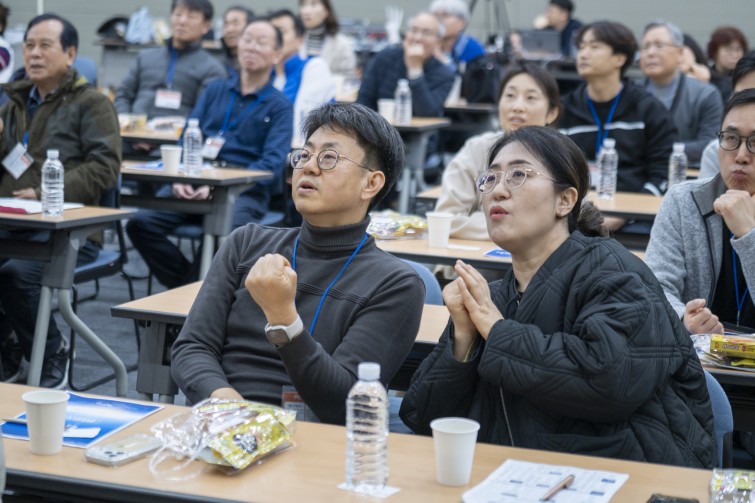 YTo1ODp7czo4OiJGaWxlTmFtZSI7czo0MDoiMWQ2ZWZjYjUtMzViMi00NDc0LWIzN2QtZGEyYjU5MTYzYTY5LmpwZyI7czoxMjoiRmlsZURhdGVUaW1lIjtpOjE3NzIzNDgzNTk7czo4OiJGaWxlU2l6ZSI7aToxNDQzNjU3O3M6ODoiRmlsZVR5cGUiO2k6MjtzOjg6Ik1pbWVUeXBlIjtzOjEwOiJpbWFnZS9qcGVnIjtzOjEzOiJTZWN0aW9uc0ZvdW5kIjtzOjMwOiJBTllfVEFHLCBJRkQwLCBUSFVNQk5BSUwsIEVYSUYiO3M6ODoiQ09NUFVURUQiO2E6OTp7czo0OiJodG1sIjtzOjI2OiJ3aWR0aD0iMTczOSIgaGVpZ2h0PSIxMTU5IiI7czo2OiJIZWlnaHQiO2k6MTE1OTtzOjU6IldpZHRoIjtpOjE3Mzk7czo3OiJJc0NvbG9yIjtpOjE7czoxNzoiQnl0ZU9yZGVyTW90b3JvbGEiO2k6MDtzOjE1OiJBcGVydHVyZUZOdW1iZXIiO3M6NToiZi80LjAiO3M6OToiQ29weXJpZ2h0IjtzOjQ6IllBQkMiO3M6MTg6IlRodW1ibmFpbC5GaWxlVHlwZSI7aToyO3M6MTg6IlRodW1ibmFpbC5NaW1lVHlwZSI7czoxMDoiaW1hZ2UvanBlZyI7fXM6NDoiTWFrZSI7czo0OiJTT05ZIjtzOjU6Ik1vZGVsIjtzOjg6IklMQ0UtN000IjtzOjExOiJYUmVzb2x1dGlvbiI7czo1OiIyNDAvMSI7czoxMToiWVJlc29sdXRpb24iO3M6NToiMjQwLzEiO3M6MTQ6IlJlc29sdXRpb25Vbml0IjtpOjI7czo4OiJTb2Z0d2FyZSI7czo1MDoiQWRvYmUgUGhvdG9zaG9wIExpZ2h0cm9vbSBDbGFzc2ljIDE1LjIgKE1hY2ludG9zaCkiO3M6ODoiRGF0ZVRpbWUiO3M6MTk6IjIwMjY6MDM6MDEgMTI6NDI6MDEiO3M6NjoiQXJ0aXN0IjtzOjc6IllBQkNfU0ciO3M6OToiQ29weXJpZ2h0IjtzOjQ6IllBQkMiO3M6MTY6IkV4aWZfSUZEX1BvaW50ZXIiO2k6MjUyO3M6OToiVEhVTUJOQUlMIjthOjY6e3M6MTE6IkNvbXByZXNzaW9uIjtpOjY7czoxMToiWFJlc29sdXRpb24iO3M6NDoiNzIvMSI7czoxMToiWVJlc29sdXRpb24iO3M6NDoiNzIvMSI7czoxNDoiUmVzb2x1dGlvblVuaXQiO2k6MjtzOjIxOiJKUEVHSW50ZXJjaGFuZ2VGb3JtYXQiO2k6MTAzODtzOjI3OiJKUEVHSW50ZXJjaGFuZ2VGb3JtYXRMZW5ndGgiO2k6MTk4ODM7fXM6MTI6IkV4cG9zdXJlVGltZSI7czo1OiIxLzIwMCI7czo3OiJGTnVtYmVyIjtzOjM6IjQvMSI7czoxNToiRXhwb3N1cmVQcm9ncmFtIjtpOjE7czoxNToiSVNPU3BlZWRSYXRpbmdzIjtpOjgwMDtzOjE5OiJVbmRlZmluZWRUYWc6MHg4ODMwIjtpOjI7czoxOToiVW5kZWZpbmVkVGFnOjB4ODgzMiI7aTo4MDA7czoxMToiRXhpZlZlcnNpb24iO3M6NDoiMDIzMiI7czoxNjoiRGF0ZVRpbWVPcmlnaW5hbCI7czoxOToiMjAyNjowMjoyNyAxOTo0MDo1NCI7czoxNzoiRGF0ZVRpbWVEaWdpdGl6ZWQiO3M6MTk6IjIwMjY6MDI6MjcgMTk6NDA6NTQiO3M6MTk6IlVuZGVmaW5lZFRhZzoweDkwMTAiO3M6NjoiKzA5OjAwIjtzOjE5OiJVbmRlZmluZWRUYWc6MHg5MDExIjtzOjY6IiswOTowMCI7czoxOToiVW5kZWZpbmVkVGFnOjB4OTAxMiI7czo2OiIrMDk6MDAiO3M6MTc6IlNodXR0ZXJTcGVlZFZhbHVlIjtzOjE1OiI3NjQzODU2LzEwMDAwMDAiO3M6MTM6IkFwZXJ0dXJlVmFsdWUiO3M6MzoiNC8xIjtzOjE1OiJCcmlnaHRuZXNzVmFsdWUiO3M6OToiNDQyNC8yNTYwIjtzOjE3OiJFeHBvc3VyZUJpYXNWYWx1ZSI7czo0OiIwLzEwIjtzOjE2OiJNYXhBcGVydHVyZVZhbHVlIjtzOjg6IjEwMjQvMjU2IjtzOjEyOiJNZXRlcmluZ01vZGUiO2k6NTtzOjExOiJMaWdodFNvdXJjZSI7aTowO3M6NToiRmxhc2giO2k6MTY7czoxMToiRm9jYWxMZW5ndGgiO3M6NjoiODAwLzEwIjtzOjE4OiJTdWJTZWNUaW1lT3JpZ2luYWwiO3M6MzoiMjcxIjtzOjE5OiJTdWJTZWNUaW1lRGlnaXRpemVkIjtzOjM6IjI3MSI7czoxMDoiQ29sb3JTcGFjZSI7aTo2NTUzNTtzOjIxOiJGb2NhbFBsYW5lWFJlc29sdXRpb24iO3M6MTQ6IjY0NDQ5MzM5LzMyNzY4IjtzOjIxOiJGb2NhbFBsYW5lWVJlc29sdXRpb24iO3M6MTQ6IjY0NDQ5MzM5LzMyNzY4IjtzOjI0OiJGb2NhbFBsYW5lUmVzb2x1dGlvblVuaXQiO2k6MztzOjEwOiJGaWxlU291cmNlIjtzOjE6IgMiO3M6OToiU2NlbmVUeXBlIjtzOjE6IgEiO3M6MTQ6IkN1c3RvbVJlbmRlcmVkIjtpOjA7czoxMjoiRXhwb3N1cmVNb2RlIjtpOjE7czoxMjoiV2hpdGVCYWxhbmNlIjtpOjE7czoxNjoiRGlnaXRhbFpvb21SYXRpbyI7czo1OiIxNi8xNiI7czoyMToiRm9jYWxMZW5ndGhJbjM1bW1GaWxtIjtpOjgwO3M6MTY6IlNjZW5lQ2FwdHVyZVR5cGUiO2k6MDtzOjg6IkNvbnRyYXN0IjtpOjA7czoxMDoiU2F0dXJhdGlvbiI7aTowO3M6OToiU2hhcnBuZXNzIjtpOjA7czoxOToiVW5kZWZpbmVkVGFnOjB4QTQzMiI7YTo0OntpOjA7czo2OiI3MDAvMTAiO2k6MTtzOjc6IjIwMDAvMTAiO2k6MjtzOjU6IjQwLzEwIjtpOjM7czo1OiI0MC8xMCI7fXM6MTk6IlVuZGVmaW5lZFRhZzoweEE0MzQiO3M6MjA6IkZFIDcwLTIwMG1tIEY0IEcgT1NTIjt9