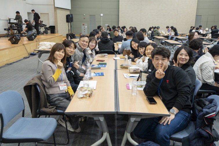 YTo1ODp7czo4OiJGaWxlTmFtZSI7czo0MDoiMmVjZGIwYzYtZmVkNy00ZTdlLTkyODMtMzRhZDNlNThiZjQ2LmpwZyI7czoxMjoiRmlsZURhdGVUaW1lIjtpOjE3NzIzNDgzNjQ7czo4OiJGaWxlU2l6ZSI7aToxNTUwMjIwO3M6ODoiRmlsZVR5cGUiO2k6MjtzOjg6Ik1pbWVUeXBlIjtzOjEwOiJpbWFnZS9qcGVnIjtzOjEzOiJTZWN0aW9uc0ZvdW5kIjtzOjMwOiJBTllfVEFHLCBJRkQwLCBUSFVNQk5BSUwsIEVYSUYiO3M6ODoiQ09NUFVURUQiO2E6OTp7czo0OiJodG1sIjtzOjI2OiJ3aWR0aD0iMTczOSIgaGVpZ2h0PSIxMTU5IiI7czo2OiJIZWlnaHQiO2k6MTE1OTtzOjU6IldpZHRoIjtpOjE3Mzk7czo3OiJJc0NvbG9yIjtpOjE7czoxNzoiQnl0ZU9yZGVyTW90b3JvbGEiO2k6MDtzOjE1OiJBcGVydHVyZUZOdW1iZXIiO3M6NToiZi82LjMiO3M6OToiQ29weXJpZ2h0IjtzOjQ6IllBQkMiO3M6MTg6IlRodW1ibmFpbC5GaWxlVHlwZSI7aToyO3M6MTg6IlRodW1ibmFpbC5NaW1lVHlwZSI7czoxMDoiaW1hZ2UvanBlZyI7fXM6NDoiTWFrZSI7czo0OiJTT05ZIjtzOjU6Ik1vZGVsIjtzOjg6IklMQ0UtN000IjtzOjExOiJYUmVzb2x1dGlvbiI7czo1OiIyNDAvMSI7czoxMToiWVJlc29sdXRpb24iO3M6NToiMjQwLzEiO3M6MTQ6IlJlc29sdXRpb25Vbml0IjtpOjI7czo4OiJTb2Z0d2FyZSI7czo1MDoiQWRvYmUgUGhvdG9zaG9wIExpZ2h0cm9vbSBDbGFzc2ljIDE1LjIgKE1hY2ludG9zaCkiO3M6ODoiRGF0ZVRpbWUiO3M6MTk6IjIwMjY6MDM6MDEgMTI6NDI6MTYiO3M6NjoiQXJ0aXN0IjtzOjc6IllBQkNfU0ciO3M6OToiQ29weXJpZ2h0IjtzOjQ6IllBQkMiO3M6MTY6IkV4aWZfSUZEX1BvaW50ZXIiO2k6MjUyO3M6OToiVEhVTUJOQUlMIjthOjY6e3M6MTE6IkNvbXByZXNzaW9uIjtpOjY7czoxMToiWFJlc29sdXRpb24iO3M6NDoiNzIvMSI7czoxMToiWVJlc29sdXRpb24iO3M6NDoiNzIvMSI7czoxNDoiUmVzb2x1dGlvblVuaXQiO2k6MjtzOjIxOiJKUEVHSW50ZXJjaGFuZ2VGb3JtYXQiO2k6MTAzODtzOjI3OiJKUEVHSW50ZXJjaGFuZ2VGb3JtYXRMZW5ndGgiO2k6MTgxOTM7fXM6MTI6IkV4cG9zdXJlVGltZSI7czo0OiIxLzYwIjtzOjc6IkZOdW1iZXIiO3M6NToiNjMvMTAiO3M6MTU6IkV4cG9zdXJlUHJvZ3JhbSI7aToxO3M6MTU6IklTT1NwZWVkUmF0aW5ncyI7aTo2NDA7czoxOToiVW5kZWZpbmVkVGFnOjB4ODgzMCI7aToyO3M6MTk6IlVuZGVmaW5lZFRhZzoweDg4MzIiO2k6NjQwO3M6MTE6IkV4aWZWZXJzaW9uIjtzOjQ6IjAyMzIiO3M6MTY6IkRhdGVUaW1lT3JpZ2luYWwiO3M6MTk6IjIwMjY6MDI6MjcgMjI6MDc6MzQiO3M6MTc6IkRhdGVUaW1lRGlnaXRpemVkIjtzOjE5OiIyMDI2OjAyOjI3IDIyOjA3OjM0IjtzOjE5OiJVbmRlZmluZWRUYWc6MHg5MDEwIjtzOjY6IiswOTowMCI7czoxOToiVW5kZWZpbmVkVGFnOjB4OTAxMSI7czo2OiIrMDk6MDAiO3M6MTk6IlVuZGVmaW5lZFRhZzoweDkwMTIiO3M6NjoiKzA5OjAwIjtzOjE3OiJTaHV0dGVyU3BlZWRWYWx1ZSI7czoxNToiNTkwNjg5MS8xMDAwMDAwIjtzOjEzOiJBcGVydHVyZVZhbHVlIjtzOjE1OiI1MzEwNzA0LzEwMDAwMDAiO3M6MTU6IkJyaWdodG5lc3NWYWx1ZSI7czo5OiI1Mjk0LzI1NjAiO3M6MTc6IkV4cG9zdXJlQmlhc1ZhbHVlIjtzOjQ6IjAvMTAiO3M6MTY6Ik1heEFwZXJ0dXJlVmFsdWUiO3M6NzoiNzYwLzI1NiI7czoxMjoiTWV0ZXJpbmdNb2RlIjtpOjU7czoxMToiTGlnaHRTb3VyY2UiO2k6MDtzOjU6IkZsYXNoIjtpOjEzO3M6MTE6IkZvY2FsTGVuZ3RoIjtzOjY6IjM1MC8xMCI7czoxODoiU3ViU2VjVGltZU9yaWdpbmFsIjtzOjM6IjczNSI7czoxOToiU3ViU2VjVGltZURpZ2l0aXplZCI7czozOiI3MzUiO3M6MTA6IkNvbG9yU3BhY2UiO2k6NjU1MzU7czoyMToiRm9jYWxQbGFuZVhSZXNvbHV0aW9uIjtzOjE0OiI2NDQ0OTMzOS8zMjc2OCI7czoyMToiRm9jYWxQbGFuZVlSZXNvbHV0aW9uIjtzOjE0OiI2NDQ0OTMzOS8zMjc2OCI7czoyNDoiRm9jYWxQbGFuZVJlc29sdXRpb25Vbml0IjtpOjM7czoxMDoiRmlsZVNvdXJjZSI7czoxOiIDIjtzOjk6IlNjZW5lVHlwZSI7czoxOiIBIjtzOjE0OiJDdXN0b21SZW5kZXJlZCI7aTowO3M6MTI6IkV4cG9zdXJlTW9kZSI7aToxO3M6MTI6IldoaXRlQmFsYW5jZSI7aTowO3M6MTY6IkRpZ2l0YWxab29tUmF0aW8iO3M6NToiMTYvMTYiO3M6MjE6IkZvY2FsTGVuZ3RoSW4zNW1tRmlsbSI7aTozNTtzOjE2OiJTY2VuZUNhcHR1cmVUeXBlIjtpOjA7czo4OiJDb250cmFzdCI7aTowO3M6MTA6IlNhdHVyYXRpb24iO2k6MDtzOjk6IlNoYXJwbmVzcyI7aTowO3M6MTk6IlVuZGVmaW5lZFRhZzoweEE0MzIiO2E6NDp7aTowO3M6NjoiMTYwLzEwIjtpOjE7czo2OiIzNTAvMTAiO2k6MjtzOjU6IjI4LzEwIjtpOjM7czo1OiIyOC8xMCI7fXM6MTk6IlVuZGVmaW5lZFRhZzoweEE0MzQiO3M6MjE6IkZFIDE2LTM1bW0gRjIuOCBHTSBJSSI7fQ==