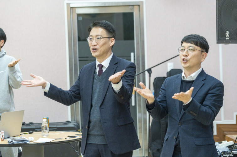 YTo1ODp7czo4OiJGaWxlTmFtZSI7czo0MDoiMmZhMTUzZTktNmRmYy00M2IyLWFmNGItOGFiYTc0NmRlZDAzLmpwZyI7czoxMjoiRmlsZURhdGVUaW1lIjtpOjE3NzA3MDQyOTU7czo4OiJGaWxlU2l6ZSI7aToxMjgxNzQzO3M6ODoiRmlsZVR5cGUiO2k6MjtzOjg6Ik1pbWVUeXBlIjtzOjEwOiJpbWFnZS9qcGVnIjtzOjEzOiJTZWN0aW9uc0ZvdW5kIjtzOjMwOiJBTllfVEFHLCBJRkQwLCBUSFVNQk5BSUwsIEVYSUYiO3M6ODoiQ09NUFVURUQiO2E6OTp7czo0OiJodG1sIjtzOjI2OiJ3aWR0aD0iMTc1MiIgaGVpZ2h0PSIxMTY4IiI7czo2OiJIZWlnaHQiO2k6MTE2ODtzOjU6IldpZHRoIjtpOjE3NTI7czo3OiJJc0NvbG9yIjtpOjE7czoxNzoiQnl0ZU9yZGVyTW90b3JvbGEiO2k6MDtzOjE1OiJBcGVydHVyZUZOdW1iZXIiO3M6NToiZi81LjAiO3M6OToiQ29weXJpZ2h0IjtzOjQ6IllBQkMiO3M6MTg6IlRodW1ibmFpbC5GaWxlVHlwZSI7aToyO3M6MTg6IlRodW1ibmFpbC5NaW1lVHlwZSI7czoxMDoiaW1hZ2UvanBlZyI7fXM6NDoiTWFrZSI7czo0OiJTT05ZIjtzOjU6Ik1vZGVsIjtzOjg6IklMQ0UtN000IjtzOjExOiJYUmVzb2x1dGlvbiI7czo1OiIyNDAvMSI7czoxMToiWVJlc29sdXRpb24iO3M6NToiMjQwLzEiO3M6MTQ6IlJlc29sdXRpb25Vbml0IjtpOjI7czo4OiJTb2Z0d2FyZSI7czo1MjoiQWRvYmUgUGhvdG9zaG9wIExpZ2h0cm9vbSBDbGFzc2ljIDE1LjEuMSAoTWFjaW50b3NoKSI7czo4OiJEYXRlVGltZSI7czoxOToiMjAyNjowMjoxMCAxNDo1MjoyMSI7czo2OiJBcnRpc3QiO3M6NzoiWUFCQ19TRyI7czo5OiJDb3B5cmlnaHQiO3M6NDoiWUFCQyI7czoxNjoiRXhpZl9JRkRfUG9pbnRlciI7aToyNTQ7czo5OiJUSFVNQk5BSUwiO2E6Njp7czoxMToiQ29tcHJlc3Npb24iO2k6NjtzOjExOiJYUmVzb2x1dGlvbiI7czo0OiI3Mi8xIjtzOjExOiJZUmVzb2x1dGlvbiI7czo0OiI3Mi8xIjtzOjE0OiJSZXNvbHV0aW9uVW5pdCI7aToyO3M6MjE6IkpQRUdJbnRlcmNoYW5nZUZvcm1hdCI7aToxMDQwO3M6Mjc6IkpQRUdJbnRlcmNoYW5nZUZvcm1hdExlbmd0aCI7aToxMzQyNzt9czoxMjoiRXhwb3N1cmVUaW1lIjtzOjU6IjEvMTI1IjtzOjc6IkZOdW1iZXIiO3M6MzoiNS8xIjtzOjE1OiJFeHBvc3VyZVByb2dyYW0iO2k6MTtzOjE1OiJJU09TcGVlZFJhdGluZ3MiO2k6ODAwO3M6MTk6IlVuZGVmaW5lZFRhZzoweDg4MzAiO2k6MjtzOjE5OiJVbmRlZmluZWRUYWc6MHg4ODMyIjtpOjgwMDtzOjExOiJFeGlmVmVyc2lvbiI7czo0OiIwMjMyIjtzOjE2OiJEYXRlVGltZU9yaWdpbmFsIjtzOjE5OiIyMDI2OjAyOjA4IDE5OjM2OjMyIjtzOjE3OiJEYXRlVGltZURpZ2l0aXplZCI7czoxOToiMjAyNjowMjowOCAxOTozNjozMiI7czoxOToiVW5kZWZpbmVkVGFnOjB4OTAxMCI7czo2OiIrMDk6MDAiO3M6MTk6IlVuZGVmaW5lZFRhZzoweDkwMTEiO3M6NjoiKzA5OjAwIjtzOjE5OiJVbmRlZmluZWRUYWc6MHg5MDEyIjtzOjY6IiswOTowMCI7czoxNzoiU2h1dHRlclNwZWVkVmFsdWUiO3M6MTU6IjY5NjU3ODQvMTAwMDAwMCI7czoxMzoiQXBlcnR1cmVWYWx1ZSI7czoxNToiNDY0Mzg1Ni8xMDAwMDAwIjtzOjE1OiJCcmlnaHRuZXNzVmFsdWUiO3M6OToiMzI1NC8yNTYwIjtzOjE3OiJFeHBvc3VyZUJpYXNWYWx1ZSI7czo0OiIwLzEwIjtzOjE2OiJNYXhBcGVydHVyZVZhbHVlIjtzOjg6IjEwMjQvMjU2IjtzOjEyOiJNZXRlcmluZ01vZGUiO2k6NTtzOjExOiJMaWdodFNvdXJjZSI7aTowO3M6NToiRmxhc2giO2k6MTY7czoxMToiRm9jYWxMZW5ndGgiO3M6NzoiMTIzMC8xMCI7czoxODoiU3ViU2VjVGltZU9yaWdpbmFsIjtzOjM6Ijc1MiI7czoxOToiU3ViU2VjVGltZURpZ2l0aXplZCI7czozOiI3NTIiO3M6MTA6IkNvbG9yU3BhY2UiO2k6NjU1MzU7czoyMToiRm9jYWxQbGFuZVhSZXNvbHV0aW9uIjtzOjE0OiI2NDQ0OTMzOS8zMjc2OCI7czoyMToiRm9jYWxQbGFuZVlSZXNvbHV0aW9uIjtzOjE0OiI2NDQ0OTMzOS8zMjc2OCI7czoyNDoiRm9jYWxQbGFuZVJlc29sdXRpb25Vbml0IjtpOjM7czoxMDoiRmlsZVNvdXJjZSI7czoxOiIDIjtzOjk6IlNjZW5lVHlwZSI7czoxOiIBIjtzOjE0OiJDdXN0b21SZW5kZXJlZCI7aTowO3M6MTI6IkV4cG9zdXJlTW9kZSI7aToxO3M6MTI6IldoaXRlQmFsYW5jZSI7aTowO3M6MTY6IkRpZ2l0YWxab29tUmF0aW8iO3M6NToiMTYvMTYiO3M6MjE6IkZvY2FsTGVuZ3RoSW4zNW1tRmlsbSI7aToxMjM7czoxNjoiU2NlbmVDYXB0dXJlVHlwZSI7aTowO3M6ODoiQ29udHJhc3QiO2k6MTtzOjEwOiJTYXR1cmF0aW9uIjtpOjE7czo5OiJTaGFycG5lc3MiO2k6MDtzOjE5OiJVbmRlZmluZWRUYWc6MHhBNDMyIjthOjQ6e2k6MDtzOjY6IjcwMC8xMCI7aToxO3M6NzoiMjAwMC8xMCI7aToyO3M6NToiNDAvMTAiO2k6MztzOjU6IjQwLzEwIjt9czoxOToiVW5kZWZpbmVkVGFnOjB4QTQzNCI7czoyMDoiRkUgNzAtMjAwbW0gRjQgRyBPU1MiO30=