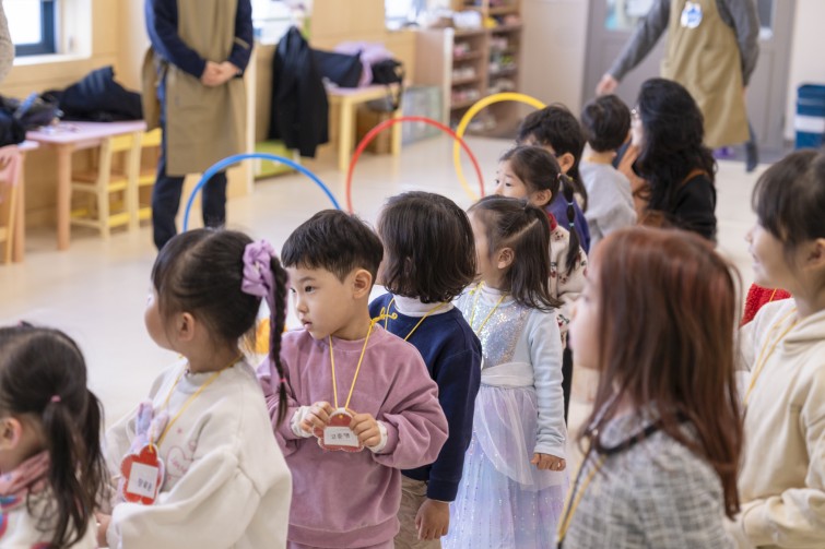 YTo1ODp7czo4OiJGaWxlTmFtZSI7czo0MDoiMzIwMzk0NTMtMjg4YS00YWI3LTgzYzQtNTRlYTQ1MDM4YmY0LmpwZyI7czoxMjoiRmlsZURhdGVUaW1lIjtpOjE3Njc2NjY1ODg7czo4OiJGaWxlU2l6ZSI7aToxMTY4Mjc0O3M6ODoiRmlsZVR5cGUiO2k6MjtzOjg6Ik1pbWVUeXBlIjtzOjEwOiJpbWFnZS9qcGVnIjtzOjEzOiJTZWN0aW9uc0ZvdW5kIjtzOjMwOiJBTllfVEFHLCBJRkQwLCBUSFVNQk5BSUwsIEVYSUYiO3M6ODoiQ09NUFVURUQiO2E6OTp7czo0OiJodG1sIjtzOjI2OiJ3aWR0aD0iMTc1MiIgaGVpZ2h0PSIxMTY4IiI7czo2OiJIZWlnaHQiO2k6MTE2ODtzOjU6IldpZHRoIjtpOjE3NTI7czo3OiJJc0NvbG9yIjtpOjE7czoxNzoiQnl0ZU9yZGVyTW90b3JvbGEiO2k6MDtzOjE1OiJBcGVydHVyZUZOdW1iZXIiO3M6NToiZi8yLjgiO3M6OToiQ29weXJpZ2h0IjtzOjQ6IllBQkMiO3M6MTg6IlRodW1ibmFpbC5GaWxlVHlwZSI7aToyO3M6MTg6IlRodW1ibmFpbC5NaW1lVHlwZSI7czoxMDoiaW1hZ2UvanBlZyI7fXM6NDoiTWFrZSI7czo0OiJTT05ZIjtzOjU6Ik1vZGVsIjtzOjg6IklMQ0UtN000IjtzOjExOiJYUmVzb2x1dGlvbiI7czo1OiIyNDAvMSI7czoxMToiWVJlc29sdXRpb24iO3M6NToiMjQwLzEiO3M6MTQ6IlJlc29sdXRpb25Vbml0IjtpOjI7czo4OiJTb2Z0d2FyZSI7czo1MDoiQWRvYmUgUGhvdG9zaG9wIExpZ2h0cm9vbSBDbGFzc2ljIDE1LjEgKE1hY2ludG9zaCkiO3M6ODoiRGF0ZVRpbWUiO3M6MTk6IjIwMjY6MDE6MDYgMTE6MjY6MzYiO3M6NjoiQXJ0aXN0IjtzOjc6IllBQkNfU0ciO3M6OToiQ29weXJpZ2h0IjtzOjQ6IllBQkMiO3M6MTY6IkV4aWZfSUZEX1BvaW50ZXIiO2k6MjUyO3M6OToiVEhVTUJOQUlMIjthOjY6e3M6MTE6IkNvbXByZXNzaW9uIjtpOjY7czoxMToiWFJlc29sdXRpb24iO3M6NDoiNzIvMSI7czoxMToiWVJlc29sdXRpb24iO3M6NDoiNzIvMSI7czoxNDoiUmVzb2x1dGlvblVuaXQiO2k6MjtzOjIxOiJKUEVHSW50ZXJjaGFuZ2VGb3JtYXQiO2k6MTAzODtzOjI3OiJKUEVHSW50ZXJjaGFuZ2VGb3JtYXRMZW5ndGgiO2k6MTgyOTk7fXM6MTI6IkV4cG9zdXJlVGltZSI7czo1OiIxLzE2MCI7czo3OiJGTnVtYmVyIjtzOjU6IjI4LzEwIjtzOjE1OiJFeHBvc3VyZVByb2dyYW0iO2k6MTtzOjE1OiJJU09TcGVlZFJhdGluZ3MiO2k6MzIwO3M6MTk6IlVuZGVmaW5lZFRhZzoweDg4MzAiO2k6MjtzOjE5OiJVbmRlZmluZWRUYWc6MHg4ODMyIjtpOjMyMDtzOjExOiJFeGlmVmVyc2lvbiI7czo0OiIwMjMyIjtzOjE2OiJEYXRlVGltZU9yaWdpbmFsIjtzOjE5OiIyMDI2OjAxOjA0IDEyOjA2OjM2IjtzOjE3OiJEYXRlVGltZURpZ2l0aXplZCI7czoxOToiMjAyNjowMTowNCAxMjowNjozNiI7czoxOToiVW5kZWZpbmVkVGFnOjB4OTAxMCI7czo2OiIrMDk6MDAiO3M6MTk6IlVuZGVmaW5lZFRhZzoweDkwMTEiO3M6NjoiKzA5OjAwIjtzOjE5OiJVbmRlZmluZWRUYWc6MHg5MDEyIjtzOjY6IiswOTowMCI7czoxNzoiU2h1dHRlclNwZWVkVmFsdWUiO3M6MTU6IjczMjE5MjgvMTAwMDAwMCI7czoxMzoiQXBlcnR1cmVWYWx1ZSI7czoxNToiMjk3MDg1NC8xMDAwMDAwIjtzOjE1OiJCcmlnaHRuZXNzVmFsdWUiO3M6OToiODI1NC8yNTYwIjtzOjE3OiJFeHBvc3VyZUJpYXNWYWx1ZSI7czo0OiIwLzEwIjtzOjE2OiJNYXhBcGVydHVyZVZhbHVlIjtzOjc6Ijc2MC8yNTYiO3M6MTI6Ik1ldGVyaW5nTW9kZSI7aTo1O3M6MTE6IkxpZ2h0U291cmNlIjtpOjA7czo1OiJGbGFzaCI7aToxNjtzOjExOiJGb2NhbExlbmd0aCI7czo2OiI2MjAvMTAiO3M6MTg6IlN1YlNlY1RpbWVPcmlnaW5hbCI7czozOiIxNzAiO3M6MTk6IlN1YlNlY1RpbWVEaWdpdGl6ZWQiO3M6MzoiMTcwIjtzOjEwOiJDb2xvclNwYWNlIjtpOjY1NTM1O3M6MjE6IkZvY2FsUGxhbmVYUmVzb2x1dGlvbiI7czoxNDoiNjQ0NDkzMzkvMzI3NjgiO3M6MjE6IkZvY2FsUGxhbmVZUmVzb2x1dGlvbiI7czoxNDoiNjQ0NDkzMzkvMzI3NjgiO3M6MjQ6IkZvY2FsUGxhbmVSZXNvbHV0aW9uVW5pdCI7aTozO3M6MTA6IkZpbGVTb3VyY2UiO3M6MToiAyI7czo5OiJTY2VuZVR5cGUiO3M6MToiASI7czoxNDoiQ3VzdG9tUmVuZGVyZWQiO2k6MDtzOjEyOiJFeHBvc3VyZU1vZGUiO2k6MTtzOjEyOiJXaGl0ZUJhbGFuY2UiO2k6MDtzOjE2OiJEaWdpdGFsWm9vbVJhdGlvIjtzOjU6IjE2LzE2IjtzOjIxOiJGb2NhbExlbmd0aEluMzVtbUZpbG0iO2k6NjI7czoxNjoiU2NlbmVDYXB0dXJlVHlwZSI7aTowO3M6ODoiQ29udHJhc3QiO2k6MDtzOjEwOiJTYXR1cmF0aW9uIjtpOjA7czo5OiJTaGFycG5lc3MiO2k6MDtzOjE5OiJVbmRlZmluZWRUYWc6MHhBNDMyIjthOjQ6e2k6MDtzOjY6IjI0MC8xMCI7aToxO3M6NjoiNzAwLzEwIjtpOjI7czo1OiIyOC8xMCI7aTozO3M6NToiMjgvMTAiO31zOjE5OiJVbmRlZmluZWRUYWc6MHhBNDM0IjtzOjIxOiJGRSAyNC03MG1tIEYyLjggR00gSUkiO30=