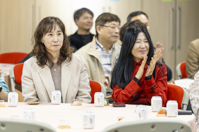 YTo1ODp7czo4OiJGaWxlTmFtZSI7czo0MDoiNDcwODU5MDQtMjc2OS00NDgwLWEwZjQtMDMyNzZiYzM5NzAzLmpwZyI7czoxMjoiRmlsZURhdGVUaW1lIjtpOjE3NjM0NTE2OTE7czo4OiJGaWxlU2l6ZSI7aToxNDA0MTg1O3M6ODoiRmlsZVR5cGUiO2k6MjtzOjg6Ik1pbWVUeXBlIjtzOjEwOiJpbWFnZS9qcGVnIjtzOjEzOiJTZWN0aW9uc0ZvdW5kIjtzOjMwOiJBTllfVEFHLCBJRkQwLCBUSFVNQk5BSUwsIEVYSUYiO3M6ODoiQ09NUFVURUQiO2E6OTp7czo0OiJodG1sIjtzOjI2OiJ3aWR0aD0iMTc1MCIgaGVpZ2h0PSIxMTY3IiI7czo2OiJIZWlnaHQiO2k6MTE2NztzOjU6IldpZHRoIjtpOjE3NTA7czo3OiJJc0NvbG9yIjtpOjE7czoxNzoiQnl0ZU9yZGVyTW90b3JvbGEiO2k6MDtzOjE1OiJBcGVydHVyZUZOdW1iZXIiO3M6NToiZi80LjAiO3M6OToiQ29weXJpZ2h0IjtzOjQ6IllBQkMiO3M6MTg6IlRodW1ibmFpbC5GaWxlVHlwZSI7aToyO3M6MTg6IlRodW1ibmFpbC5NaW1lVHlwZSI7czoxMDoiaW1hZ2UvanBlZyI7fXM6NDoiTWFrZSI7czo0OiJTT05ZIjtzOjU6Ik1vZGVsIjtzOjg6IklMQ0UtN000IjtzOjExOiJYUmVzb2x1dGlvbiI7czo1OiIyNDAvMSI7czoxMToiWVJlc29sdXRpb24iO3M6NToiMjQwLzEiO3M6MTQ6IlJlc29sdXRpb25Vbml0IjtpOjI7czo4OiJTb2Z0d2FyZSI7czo1MjoiQWRvYmUgUGhvdG9zaG9wIExpZ2h0cm9vbSBDbGFzc2ljIDE1LjAuMSAoTWFjaW50b3NoKSI7czo4OiJEYXRlVGltZSI7czoxOToiMjAyNToxMToxNyAxMzoxNjo0NiI7czo2OiJBcnRpc3QiO3M6NzoiWUFCQ19TRyI7czo5OiJDb3B5cmlnaHQiO3M6NDoiWUFCQyI7czoxNjoiRXhpZl9JRkRfUG9pbnRlciI7aToyNTQ7czo5OiJUSFVNQk5BSUwiO2E6Njp7czoxMToiQ29tcHJlc3Npb24iO2k6NjtzOjExOiJYUmVzb2x1dGlvbiI7czo0OiI3Mi8xIjtzOjExOiJZUmVzb2x1dGlvbiI7czo0OiI3Mi8xIjtzOjE0OiJSZXNvbHV0aW9uVW5pdCI7aToyO3M6MjE6IkpQRUdJbnRlcmNoYW5nZUZvcm1hdCI7aToxMDQwO3M6Mjc6IkpQRUdJbnRlcmNoYW5nZUZvcm1hdExlbmd0aCI7aToxNTYzNzt9czoxMjoiRXhwb3N1cmVUaW1lIjtzOjU6IjEvMTI1IjtzOjc6IkZOdW1iZXIiO3M6MzoiNC8xIjtzOjE1OiJFeHBvc3VyZVByb2dyYW0iO2k6MTtzOjE1OiJJU09TcGVlZFJhdGluZ3MiO2k6NjQwO3M6MTk6IlVuZGVmaW5lZFRhZzoweDg4MzAiO2k6MjtzOjE5OiJVbmRlZmluZWRUYWc6MHg4ODMyIjtpOjY0MDtzOjExOiJFeGlmVmVyc2lvbiI7czo0OiIwMjMyIjtzOjE2OiJEYXRlVGltZU9yaWdpbmFsIjtzOjE5OiIyMDI1OjExOjE2IDE1OjM3OjIzIjtzOjE3OiJEYXRlVGltZURpZ2l0aXplZCI7czoxOToiMjAyNToxMToxNiAxNTozNzoyMyI7czoxOToiVW5kZWZpbmVkVGFnOjB4OTAxMCI7czo2OiIrMDk6MDAiO3M6MTk6IlVuZGVmaW5lZFRhZzoweDkwMTEiO3M6NjoiKzA5OjAwIjtzOjE5OiJVbmRlZmluZWRUYWc6MHg5MDEyIjtzOjY6IiswOTowMCI7czoxNzoiU2h1dHRlclNwZWVkVmFsdWUiO3M6MTU6IjY5NjU3ODQvMTAwMDAwMCI7czoxMzoiQXBlcnR1cmVWYWx1ZSI7czozOiI0LzEiO3M6MTU6IkJyaWdodG5lc3NWYWx1ZSI7czo5OiI1OTQ0LzI1NjAiO3M6MTc6IkV4cG9zdXJlQmlhc1ZhbHVlIjtzOjQ6IjAvMTAiO3M6MTY6Ik1heEFwZXJ0dXJlVmFsdWUiO3M6ODoiMTAyNC8yNTYiO3M6MTI6Ik1ldGVyaW5nTW9kZSI7aTo1O3M6MTE6IkxpZ2h0U291cmNlIjtpOjA7czo1OiJGbGFzaCI7aToxMztzOjExOiJGb2NhbExlbmd0aCI7czo3OiIyMDAwLzEwIjtzOjE4OiJTdWJTZWNUaW1lT3JpZ2luYWwiO3M6MzoiMjc1IjtzOjE5OiJTdWJTZWNUaW1lRGlnaXRpemVkIjtzOjM6IjI3NSI7czoxMDoiQ29sb3JTcGFjZSI7aTo2NTUzNTtzOjIxOiJGb2NhbFBsYW5lWFJlc29sdXRpb24iO3M6MTQ6IjY0NDQ5MzM5LzMyNzY4IjtzOjIxOiJGb2NhbFBsYW5lWVJlc29sdXRpb24iO3M6MTQ6IjY0NDQ5MzM5LzMyNzY4IjtzOjI0OiJGb2NhbFBsYW5lUmVzb2x1dGlvblVuaXQiO2k6MztzOjEwOiJGaWxlU291cmNlIjtzOjE6IgMiO3M6OToiU2NlbmVUeXBlIjtzOjE6IgEiO3M6MTQ6IkN1c3RvbVJlbmRlcmVkIjtpOjA7czoxMjoiRXhwb3N1cmVNb2RlIjtpOjE7czoxMjoiV2hpdGVCYWxhbmNlIjtpOjE7czoxNjoiRGlnaXRhbFpvb21SYXRpbyI7czo1OiIxNi8xNiI7czoyMToiRm9jYWxMZW5ndGhJbjM1bW1GaWxtIjtpOjIwMDtzOjE2OiJTY2VuZUNhcHR1cmVUeXBlIjtpOjA7czo4OiJDb250cmFzdCI7aTowO3M6MTA6IlNhdHVyYXRpb24iO2k6MDtzOjk6IlNoYXJwbmVzcyI7aTowO3M6MTk6IlVuZGVmaW5lZFRhZzoweEE0MzIiO2E6NDp7aTowO3M6NjoiNzAwLzEwIjtpOjE7czo3OiIyMDAwLzEwIjtpOjI7czo1OiI0MC8xMCI7aTozO3M6NToiNDAvMTAiO31zOjE5OiJVbmRlZmluZWRUYWc6MHhBNDM0IjtzOjIwOiJGRSA3MC0yMDBtbSBGNCBHIE9TUyI7fQ==