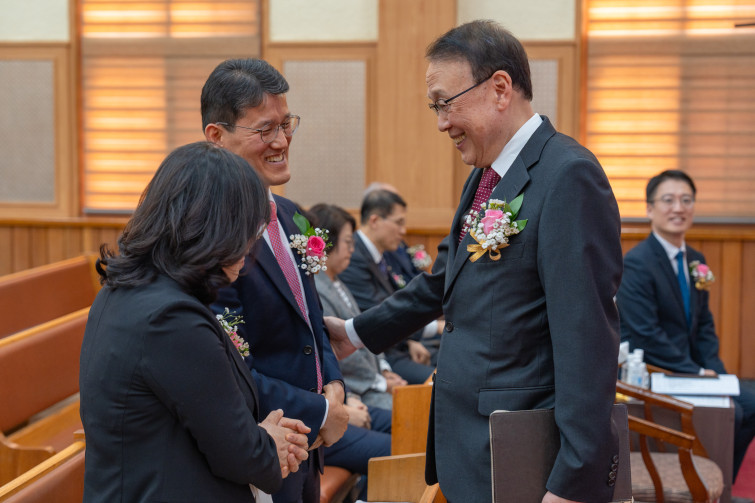 YTo1ODp7czo4OiJGaWxlTmFtZSI7czo0MDoiNDhjMDk2NzktOTRiNy00YjhhLWIyNWItZjM5NmE0ODcwMGVjLmpwZyI7czoxMjoiRmlsZURhdGVUaW1lIjtpOjE3NzM3MjYzNzI7czo4OiJGaWxlU2l6ZSI7aToyMDc3Mzc2O3M6ODoiRmlsZVR5cGUiO2k6MjtzOjg6Ik1pbWVUeXBlIjtzOjEwOiJpbWFnZS9qcGVnIjtzOjEzOiJTZWN0aW9uc0ZvdW5kIjtzOjMwOiJBTllfVEFHLCBJRkQwLCBUSFVNQk5BSUwsIEVYSUYiO3M6ODoiQ09NUFVURUQiO2E6OTp7czo0OiJodG1sIjtzOjI2OiJ3aWR0aD0iMjI1OCIgaGVpZ2h0PSIxNTA1IiI7czo2OiJIZWlnaHQiO2k6MTUwNTtzOjU6IldpZHRoIjtpOjIyNTg7czo3OiJJc0NvbG9yIjtpOjE7czoxNzoiQnl0ZU9yZGVyTW90b3JvbGEiO2k6MDtzOjE1OiJBcGVydHVyZUZOdW1iZXIiO3M6NToiZi8zLjUiO3M6OToiQ29weXJpZ2h0IjtzOjQ6IllBQkMiO3M6MTg6IlRodW1ibmFpbC5GaWxlVHlwZSI7aToyO3M6MTg6IlRodW1ibmFpbC5NaW1lVHlwZSI7czoxMDoiaW1hZ2UvanBlZyI7fXM6NDoiTWFrZSI7czo0OiJTT05ZIjtzOjU6Ik1vZGVsIjtzOjg6IklMQ0UtN000IjtzOjExOiJYUmVzb2x1dGlvbiI7czo1OiIyNDAvMSI7czoxMToiWVJlc29sdXRpb24iO3M6NToiMjQwLzEiO3M6MTQ6IlJlc29sdXRpb25Vbml0IjtpOjI7czo4OiJTb2Z0d2FyZSI7czo1MDoiQWRvYmUgUGhvdG9zaG9wIExpZ2h0cm9vbSBDbGFzc2ljIDE1LjIgKE1hY2ludG9zaCkiO3M6ODoiRGF0ZVRpbWUiO3M6MTk6IjIwMjY6MDM6MTcgMTM6Mzg6MzgiO3M6NjoiQXJ0aXN0IjtzOjc6IllBQkNfU0ciO3M6OToiQ29weXJpZ2h0IjtzOjQ6IllBQkMiO3M6MTY6IkV4aWZfSUZEX1BvaW50ZXIiO2k6MjUyO3M6OToiVEhVTUJOQUlMIjthOjY6e3M6MTE6IkNvbXByZXNzaW9uIjtpOjY7czoxMToiWFJlc29sdXRpb24iO3M6NDoiNzIvMSI7czoxMToiWVJlc29sdXRpb24iO3M6NDoiNzIvMSI7czoxNDoiUmVzb2x1dGlvblVuaXQiO2k6MjtzOjIxOiJKUEVHSW50ZXJjaGFuZ2VGb3JtYXQiO2k6MTAzODtzOjI3OiJKUEVHSW50ZXJjaGFuZ2VGb3JtYXRMZW5ndGgiO2k6MTUyNDk7fXM6MTI6IkV4cG9zdXJlVGltZSI7czo1OiIxLzEwMCI7czo3OiJGTnVtYmVyIjtzOjU6IjM1LzEwIjtzOjE1OiJFeHBvc3VyZVByb2dyYW0iO2k6MTtzOjE1OiJJU09TcGVlZFJhdGluZ3MiO2k6NjQwO3M6MTk6IlVuZGVmaW5lZFRhZzoweDg4MzAiO2k6MjtzOjE5OiJVbmRlZmluZWRUYWc6MHg4ODMyIjtpOjY0MDtzOjExOiJFeGlmVmVyc2lvbiI7czo0OiIwMjMyIjtzOjE2OiJEYXRlVGltZU9yaWdpbmFsIjtzOjE5OiIyMDI2OjAzOjE1IDEzOjUzOjIyIjtzOjE3OiJEYXRlVGltZURpZ2l0aXplZCI7czoxOToiMjAyNjowMzoxNSAxMzo1MzoyMiI7czoxOToiVW5kZWZpbmVkVGFnOjB4OTAxMCI7czo2OiIrMDk6MDAiO3M6MTk6IlVuZGVmaW5lZFRhZzoweDkwMTEiO3M6NjoiKzA5OjAwIjtzOjE5OiJVbmRlZmluZWRUYWc6MHg5MDEyIjtzOjY6IiswOTowMCI7czoxNzoiU2h1dHRlclNwZWVkVmFsdWUiO3M6MTU6IjY2NDM4NTYvMTAwMDAwMCI7czoxMzoiQXBlcnR1cmVWYWx1ZSI7czoxMzoiMzYxNDcxLzEwMDAwMCI7czoxNToiQnJpZ2h0bmVzc1ZhbHVlIjtzOjk6IjM5MDQvMjU2MCI7czoxNzoiRXhwb3N1cmVCaWFzVmFsdWUiO3M6NDoiMC8xMCI7czoxNjoiTWF4QXBlcnR1cmVWYWx1ZSI7czo3OiI3NjAvMjU2IjtzOjEyOiJNZXRlcmluZ01vZGUiO2k6NTtzOjExOiJMaWdodFNvdXJjZSI7aTowO3M6NToiRmxhc2giO2k6MTM7czoxMToiRm9jYWxMZW5ndGgiO3M6NjoiNjAwLzEwIjtzOjE4OiJTdWJTZWNUaW1lT3JpZ2luYWwiO3M6MzoiMTc5IjtzOjE5OiJTdWJTZWNUaW1lRGlnaXRpemVkIjtzOjM6IjE3OSI7czoxMDoiQ29sb3JTcGFjZSI7aToxO3M6MjE6IkZvY2FsUGxhbmVYUmVzb2x1dGlvbiI7czoxNDoiNjQ0NDkzMzkvMzI3NjgiO3M6MjE6IkZvY2FsUGxhbmVZUmVzb2x1dGlvbiI7czoxNDoiNjQ0NDkzMzkvMzI3NjgiO3M6MjQ6IkZvY2FsUGxhbmVSZXNvbHV0aW9uVW5pdCI7aTozO3M6MTA6IkZpbGVTb3VyY2UiO3M6MToiAyI7czo5OiJTY2VuZVR5cGUiO3M6MToiASI7czoxNDoiQ3VzdG9tUmVuZGVyZWQiO2k6MDtzOjEyOiJFeHBvc3VyZU1vZGUiO2k6MTtzOjEyOiJXaGl0ZUJhbGFuY2UiO2k6MDtzOjE2OiJEaWdpdGFsWm9vbVJhdGlvIjtzOjU6IjE2LzE2IjtzOjIxOiJGb2NhbExlbmd0aEluMzVtbUZpbG0iO2k6NjA7czoxNjoiU2NlbmVDYXB0dXJlVHlwZSI7aTowO3M6ODoiQ29udHJhc3QiO2k6MDtzOjEwOiJTYXR1cmF0aW9uIjtpOjA7czo5OiJTaGFycG5lc3MiO2k6MDtzOjE5OiJVbmRlZmluZWRUYWc6MHhBNDMyIjthOjQ6e2k6MDtzOjY6IjI0MC8xMCI7aToxO3M6NjoiNzAwLzEwIjtpOjI7czo1OiIyOC8xMCI7aTozO3M6NToiMjgvMTAiO31zOjE5OiJVbmRlZmluZWRUYWc6MHhBNDM0IjtzOjIxOiJGRSAyNC03MG1tIEYyLjggR00gSUkiO30=