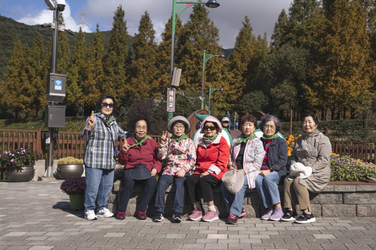 YTo1ODp7czo4OiJGaWxlTmFtZSI7czo0MDoiNWJhNjNlNDktZmU1ZC00NjU5LTg3YmUtNDY2YzU3MmNmOGFjLmpwZyI7czoxMjoiRmlsZURhdGVUaW1lIjtpOjE3NjEyOTgxMDE7czo4OiJGaWxlU2l6ZSI7aToxMDQ1MTA2O3M6ODoiRmlsZVR5cGUiO2k6MjtzOjg6Ik1pbWVUeXBlIjtzOjEwOiJpbWFnZS9qcGVnIjtzOjEzOiJTZWN0aW9uc0ZvdW5kIjtzOjMwOiJBTllfVEFHLCBJRkQwLCBUSFVNQk5BSUwsIEVYSUYiO3M6ODoiQ09NUFVURUQiO2E6OTp7czo0OiJodG1sIjtzOjI1OiJ3aWR0aD0iMTE1MiIgaGVpZ2h0PSI3NjgiIjtzOjY6IkhlaWdodCI7aTo3Njg7czo1OiJXaWR0aCI7aToxMTUyO3M6NzoiSXNDb2xvciI7aToxO3M6MTc6IkJ5dGVPcmRlck1vdG9yb2xhIjtpOjA7czoxNToiQXBlcnR1cmVGTnVtYmVyIjtzOjU6ImYvMy4yIjtzOjk6IkNvcHlyaWdodCI7czo0OiJZQUJDIjtzOjE4OiJUaHVtYm5haWwuRmlsZVR5cGUiO2k6MjtzOjE4OiJUaHVtYm5haWwuTWltZVR5cGUiO3M6MTA6ImltYWdlL2pwZWciO31zOjQ6Ik1ha2UiO3M6NDoiU09OWSI7czo1OiJNb2RlbCI7czo4OiJJTENFLTdNNCI7czoxMToiWFJlc29sdXRpb24iO3M6NToiMjQwLzEiO3M6MTE6IllSZXNvbHV0aW9uIjtzOjU6IjI0MC8xIjtzOjE0OiJSZXNvbHV0aW9uVW5pdCI7aToyO3M6ODoiU29mdHdhcmUiO3M6NTI6IkFkb2JlIFBob3Rvc2hvcCBMaWdodHJvb20gQ2xhc3NpYyAxNC41LjEgKE1hY2ludG9zaCkiO3M6ODoiRGF0ZVRpbWUiO3M6MTk6IjIwMjU6MTA6MjQgMTg6MjQ6MDQiO3M6NjoiQXJ0aXN0IjtzOjc6IllBQkNfU0ciO3M6OToiQ29weXJpZ2h0IjtzOjQ6IllBQkMiO3M6MTY6IkV4aWZfSUZEX1BvaW50ZXIiO2k6MjU0O3M6OToiVEhVTUJOQUlMIjthOjY6e3M6MTE6IkNvbXByZXNzaW9uIjtpOjY7czoxMToiWFJlc29sdXRpb24iO3M6NDoiNzIvMSI7czoxMToiWVJlc29sdXRpb24iO3M6NDoiNzIvMSI7czoxNDoiUmVzb2x1dGlvblVuaXQiO2k6MjtzOjIxOiJKUEVHSW50ZXJjaGFuZ2VGb3JtYXQiO2k6MTA0MDtzOjI3OiJKUEVHSW50ZXJjaGFuZ2VGb3JtYXRMZW5ndGgiO2k6MjE0NzI7fXM6MTI6IkV4cG9zdXJlVGltZSI7czo2OiIxLzY0MDAiO3M6NzoiRk51bWJlciI7czo1OiIzMi8xMCI7czoxNToiRXhwb3N1cmVQcm9ncmFtIjtpOjE7czoxNToiSVNPU3BlZWRSYXRpbmdzIjtpOjEwMDtzOjE5OiJVbmRlZmluZWRUYWc6MHg4ODMwIjtpOjI7czoxOToiVW5kZWZpbmVkVGFnOjB4ODgzMiI7aToxMDA7czoxMToiRXhpZlZlcnNpb24iO3M6NDoiMDIzMiI7czoxNjoiRGF0ZVRpbWVPcmlnaW5hbCI7czoxOToiMjAyNToxMDoyNCAxMDo0ODoyMiI7czoxNzoiRGF0ZVRpbWVEaWdpdGl6ZWQiO3M6MTk6IjIwMjU6MTA6MjQgMTA6NDg6MjIiO3M6MTk6IlVuZGVmaW5lZFRhZzoweDkwMTAiO3M6NjoiKzA5OjAwIjtzOjE5OiJVbmRlZmluZWRUYWc6MHg5MDExIjtzOjY6IiswOTowMCI7czoxOToiVW5kZWZpbmVkVGFnOjB4OTAxMiI7czo2OiIrMDk6MDAiO3M6MTc6IlNodXR0ZXJTcGVlZFZhbHVlIjtzOjE2OiIxMjY0Mzg1Ni8xMDAwMDAwIjtzOjEzOiJBcGVydHVyZVZhbHVlIjtzOjE1OiIzMzU2MTQ0LzEwMDAwMDAiO3M6MTU6IkJyaWdodG5lc3NWYWx1ZSI7czoxMDoiMjQ1MTQvMjU2MCI7czoxNzoiRXhwb3N1cmVCaWFzVmFsdWUiO3M6NDoiMC8xMCI7czoxNjoiTWF4QXBlcnR1cmVWYWx1ZSI7czo3OiI3NjAvMjU2IjtzOjEyOiJNZXRlcmluZ01vZGUiO2k6NTtzOjExOiJMaWdodFNvdXJjZSI7aToyNTU7czo1OiJGbGFzaCI7aToxNjtzOjExOiJGb2NhbExlbmd0aCI7czo2OiIyOTAvMTAiO3M6MTg6IlN1YlNlY1RpbWVPcmlnaW5hbCI7czozOiI0MDAiO3M6MTk6IlN1YlNlY1RpbWVEaWdpdGl6ZWQiO3M6MzoiNDAwIjtzOjEwOiJDb2xvclNwYWNlIjtpOjY1NTM1O3M6MjE6IkZvY2FsUGxhbmVYUmVzb2x1dGlvbiI7czoxNDoiNjQ0NDkzMzkvMzI3NjgiO3M6MjE6IkZvY2FsUGxhbmVZUmVzb2x1dGlvbiI7czoxNDoiNjQ0NDkzMzkvMzI3NjgiO3M6MjQ6IkZvY2FsUGxhbmVSZXNvbHV0aW9uVW5pdCI7aTozO3M6MTA6IkZpbGVTb3VyY2UiO3M6MToiAyI7czo5OiJTY2VuZVR5cGUiO3M6MToiASI7czoxNDoiQ3VzdG9tUmVuZGVyZWQiO2k6MDtzOjEyOiJFeHBvc3VyZU1vZGUiO2k6MTtzOjEyOiJXaGl0ZUJhbGFuY2UiO2k6MTtzOjE2OiJEaWdpdGFsWm9vbVJhdGlvIjtzOjU6IjE2LzE2IjtzOjIxOiJGb2NhbExlbmd0aEluMzVtbUZpbG0iO2k6NDM7czoxNjoiU2NlbmVDYXB0dXJlVHlwZSI7aTowO3M6ODoiQ29udHJhc3QiO2k6MDtzOjEwOiJTYXR1cmF0aW9uIjtpOjA7czo5OiJTaGFycG5lc3MiO2k6MDtzOjE5OiJVbmRlZmluZWRUYWc6MHhBNDMyIjthOjQ6e2k6MDtzOjY6IjI0MC8xMCI7aToxO3M6NjoiNzAwLzEwIjtpOjI7czo1OiIyOC8xMCI7aTozO3M6NToiMjgvMTAiO31zOjE5OiJVbmRlZmluZWRUYWc6MHhBNDM0IjtzOjIxOiJGRSAyNC03MG1tIEYyLjggR00gSUkiO30=