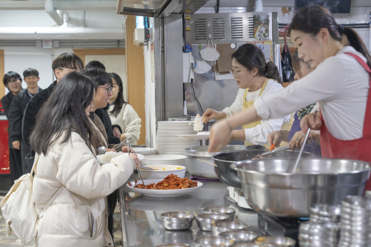 YTo1ODp7czo4OiJGaWxlTmFtZSI7czo0MDoiNWVkNDE0ZjYtZmNiMi00NGRkLWJiZmYtODJlZjViMDliNTA0LmpwZyI7czoxMjoiRmlsZURhdGVUaW1lIjtpOjE3NzI5NTMzMTg7czo4OiJGaWxlU2l6ZSI7aToxMjY0OTc4O3M6ODoiRmlsZVR5cGUiO2k6MjtzOjg6Ik1pbWVUeXBlIjtzOjEwOiJpbWFnZS9qcGVnIjtzOjEzOiJTZWN0aW9uc0ZvdW5kIjtzOjMwOiJBTllfVEFHLCBJRkQwLCBUSFVNQk5BSUwsIEVYSUYiO3M6ODoiQ09NUFVURUQiO2E6OTp7czo0OiJodG1sIjtzOjI2OiJ3aWR0aD0iMTc1MiIgaGVpZ2h0PSIxMTY4IiI7czo2OiJIZWlnaHQiO2k6MTE2ODtzOjU6IldpZHRoIjtpOjE3NTI7czo3OiJJc0NvbG9yIjtpOjE7czoxNzoiQnl0ZU9yZGVyTW90b3JvbGEiO2k6MDtzOjE1OiJBcGVydHVyZUZOdW1iZXIiO3M6NToiZi80LjAiO3M6OToiQ29weXJpZ2h0IjtzOjQ6IllBQkMiO3M6MTg6IlRodW1ibmFpbC5GaWxlVHlwZSI7aToyO3M6MTg6IlRodW1ibmFpbC5NaW1lVHlwZSI7czoxMDoiaW1hZ2UvanBlZyI7fXM6NDoiTWFrZSI7czo0OiJTT05ZIjtzOjU6Ik1vZGVsIjtzOjg6IklMQ0UtN000IjtzOjExOiJYUmVzb2x1dGlvbiI7czo1OiIyNDAvMSI7czoxMToiWVJlc29sdXRpb24iO3M6NToiMjQwLzEiO3M6MTQ6IlJlc29sdXRpb25Vbml0IjtpOjI7czo4OiJTb2Z0d2FyZSI7czo1MDoiQWRvYmUgUGhvdG9zaG9wIExpZ2h0cm9vbSBDbGFzc2ljIDE1LjIgKE1hY2ludG9zaCkiO3M6ODoiRGF0ZVRpbWUiO3M6MTk6IjIwMjY6MDM6MDMgMTE6MDc6MDgiO3M6NjoiQXJ0aXN0IjtzOjc6IllBQkNfU0ciO3M6OToiQ29weXJpZ2h0IjtzOjQ6IllBQkMiO3M6MTY6IkV4aWZfSUZEX1BvaW50ZXIiO2k6MjUyO3M6OToiVEhVTUJOQUlMIjthOjY6e3M6MTE6IkNvbXByZXNzaW9uIjtpOjY7czoxMToiWFJlc29sdXRpb24iO3M6NDoiNzIvMSI7czoxMToiWVJlc29sdXRpb24iO3M6NDoiNzIvMSI7czoxNDoiUmVzb2x1dGlvblVuaXQiO2k6MjtzOjIxOiJKUEVHSW50ZXJjaGFuZ2VGb3JtYXQiO2k6MTAzODtzOjI3OiJKUEVHSW50ZXJjaGFuZ2VGb3JtYXRMZW5ndGgiO2k6MTY5MjI7fXM6MTI6IkV4cG9zdXJlVGltZSI7czo0OiIxLzgwIjtzOjc6IkZOdW1iZXIiO3M6MzoiNC8xIjtzOjE1OiJFeHBvc3VyZVByb2dyYW0iO2k6MTtzOjE1OiJJU09TcGVlZFJhdGluZ3MiO2k6NTAwO3M6MTk6IlVuZGVmaW5lZFRhZzoweDg4MzAiO2k6MjtzOjE5OiJVbmRlZmluZWRUYWc6MHg4ODMyIjtpOjUwMDtzOjExOiJFeGlmVmVyc2lvbiI7czo0OiIwMjMyIjtzOjE2OiJEYXRlVGltZU9yaWdpbmFsIjtzOjE5OiIyMDI2OjAzOjAxIDE3OjMzOjE5IjtzOjE3OiJEYXRlVGltZURpZ2l0aXplZCI7czoxOToiMjAyNjowMzowMSAxNzozMzoxOSI7czoxOToiVW5kZWZpbmVkVGFnOjB4OTAxMCI7czo2OiIrMDk6MDAiO3M6MTk6IlVuZGVmaW5lZFRhZzoweDkwMTEiO3M6NjoiKzA5OjAwIjtzOjE5OiJVbmRlZmluZWRUYWc6MHg5MDEyIjtzOjY6IiswOTowMCI7czoxNzoiU2h1dHRlclNwZWVkVmFsdWUiO3M6MTU6IjYzMjE5MjgvMTAwMDAwMCI7czoxMzoiQXBlcnR1cmVWYWx1ZSI7czozOiI0LzEiO3M6MTU6IkJyaWdodG5lc3NWYWx1ZSI7czo5OiI1Nzg0LzI1NjAiO3M6MTc6IkV4cG9zdXJlQmlhc1ZhbHVlIjtzOjQ6IjAvMTAiO3M6MTY6Ik1heEFwZXJ0dXJlVmFsdWUiO3M6NzoiNzYwLzI1NiI7czoxMjoiTWV0ZXJpbmdNb2RlIjtpOjU7czoxMToiTGlnaHRTb3VyY2UiO2k6MDtzOjU6IkZsYXNoIjtpOjE2O3M6MTE6IkZvY2FsTGVuZ3RoIjtzOjY6IjYyMC8xMCI7czoxODoiU3ViU2VjVGltZU9yaWdpbmFsIjtzOjM6IjkxMCI7czoxOToiU3ViU2VjVGltZURpZ2l0aXplZCI7czozOiI5MTAiO3M6MTA6IkNvbG9yU3BhY2UiO2k6NjU1MzU7czoyMToiRm9jYWxQbGFuZVhSZXNvbHV0aW9uIjtzOjE0OiI2NDQ0OTMzOS8zMjc2OCI7czoyMToiRm9jYWxQbGFuZVlSZXNvbHV0aW9uIjtzOjE0OiI2NDQ0OTMzOS8zMjc2OCI7czoyNDoiRm9jYWxQbGFuZVJlc29sdXRpb25Vbml0IjtpOjM7czoxMDoiRmlsZVNvdXJjZSI7czoxOiIDIjtzOjk6IlNjZW5lVHlwZSI7czoxOiIBIjtzOjE0OiJDdXN0b21SZW5kZXJlZCI7aTowO3M6MTI6IkV4cG9zdXJlTW9kZSI7aToxO3M6MTI6IldoaXRlQmFsYW5jZSI7aTowO3M6MTY6IkRpZ2l0YWxab29tUmF0aW8iO3M6NToiMTYvMTYiO3M6MjE6IkZvY2FsTGVuZ3RoSW4zNW1tRmlsbSI7aTo2MjtzOjE2OiJTY2VuZUNhcHR1cmVUeXBlIjtpOjA7czo4OiJDb250cmFzdCI7aTowO3M6MTA6IlNhdHVyYXRpb24iO2k6MDtzOjk6IlNoYXJwbmVzcyI7aTowO3M6MTk6IlVuZGVmaW5lZFRhZzoweEE0MzIiO2E6NDp7aTowO3M6NjoiMjQwLzEwIjtpOjE7czo2OiI3MDAvMTAiO2k6MjtzOjU6IjI4LzEwIjtpOjM7czo1OiIyOC8xMCI7fXM6MTk6IlVuZGVmaW5lZFRhZzoweEE0MzQiO3M6MjE6IkZFIDI0LTcwbW0gRjIuOCBHTSBJSSI7fQ==