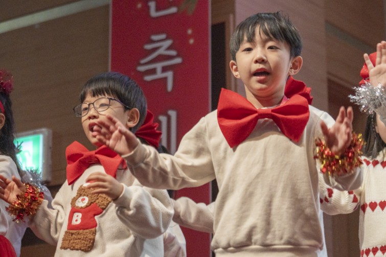 YTo1ODp7czo4OiJGaWxlTmFtZSI7czo0MDoiNjJiOGEwZGUtM2QyMS00M2I0LWFkY2QtZjIyZmMzNTg5ZjUxLmpwZyI7czoxMjoiRmlsZURhdGVUaW1lIjtpOjE3NjY0NjQxODY7czo4OiJGaWxlU2l6ZSI7aTo3MzYwOTY7czo4OiJGaWxlVHlwZSI7aToyO3M6ODoiTWltZVR5cGUiO3M6MTA6ImltYWdlL2pwZWciO3M6MTM6IlNlY3Rpb25zRm91bmQiO3M6MzA6IkFOWV9UQUcsIElGRDAsIFRIVU1CTkFJTCwgRVhJRiI7czo4OiJDT01QVVRFRCI7YTo5OntzOjQ6Imh0bWwiO3M6MjU6IndpZHRoPSIxMTUyIiBoZWlnaHQ9Ijc2OCIiO3M6NjoiSGVpZ2h0IjtpOjc2ODtzOjU6IldpZHRoIjtpOjExNTI7czo3OiJJc0NvbG9yIjtpOjE7czoxNzoiQnl0ZU9yZGVyTW90b3JvbGEiO2k6MDtzOjE1OiJBcGVydHVyZUZOdW1iZXIiO3M6NToiZi80LjAiO3M6OToiQ29weXJpZ2h0IjtzOjQ6IllBQkMiO3M6MTg6IlRodW1ibmFpbC5GaWxlVHlwZSI7aToyO3M6MTg6IlRodW1ibmFpbC5NaW1lVHlwZSI7czoxMDoiaW1hZ2UvanBlZyI7fXM6NDoiTWFrZSI7czo0OiJTT05ZIjtzOjU6Ik1vZGVsIjtzOjg6IklMQ0UtN000IjtzOjExOiJYUmVzb2x1dGlvbiI7czo1OiIyNDAvMSI7czoxMToiWVJlc29sdXRpb24iO3M6NToiMjQwLzEiO3M6MTQ6IlJlc29sdXRpb25Vbml0IjtpOjI7czo4OiJTb2Z0d2FyZSI7czo1MDoiQWRvYmUgUGhvdG9zaG9wIExpZ2h0cm9vbSBDbGFzc2ljIDE1LjEgKE1hY2ludG9zaCkiO3M6ODoiRGF0ZVRpbWUiO3M6MTk6IjIwMjU6MTI6MjMgMTI6MDE6MjciO3M6NjoiQXJ0aXN0IjtzOjc6IllBQkNfU0ciO3M6OToiQ29weXJpZ2h0IjtzOjQ6IllBQkMiO3M6MTY6IkV4aWZfSUZEX1BvaW50ZXIiO2k6MjUyO3M6OToiVEhVTUJOQUlMIjthOjY6e3M6MTE6IkNvbXByZXNzaW9uIjtpOjY7czoxMToiWFJlc29sdXRpb24iO3M6NDoiNzIvMSI7czoxMToiWVJlc29sdXRpb24iO3M6NDoiNzIvMSI7czoxNDoiUmVzb2x1dGlvblVuaXQiO2k6MjtzOjIxOiJKUEVHSW50ZXJjaGFuZ2VGb3JtYXQiO2k6MTAzODtzOjI3OiJKUEVHSW50ZXJjaGFuZ2VGb3JtYXRMZW5ndGgiO2k6MTY3NzU7fXM6MTI6IkV4cG9zdXJlVGltZSI7czo1OiIxLzE2MCI7czo3OiJGTnVtYmVyIjtzOjM6IjQvMSI7czoxNToiRXhwb3N1cmVQcm9ncmFtIjtpOjE7czoxNToiSVNPU3BlZWRSYXRpbmdzIjtpOjUwMDtzOjE5OiJVbmRlZmluZWRUYWc6MHg4ODMwIjtpOjI7czoxOToiVW5kZWZpbmVkVGFnOjB4ODgzMiI7aTo1MDA7czoxMToiRXhpZlZlcnNpb24iO3M6NDoiMDIzMiI7czoxNjoiRGF0ZVRpbWVPcmlnaW5hbCI7czoxOToiMjAyNToxMjoyMSAxMzo0MzowMyI7czoxNzoiRGF0ZVRpbWVEaWdpdGl6ZWQiO3M6MTk6IjIwMjU6MTI6MjEgMTM6NDM6MDMiO3M6MTk6IlVuZGVmaW5lZFRhZzoweDkwMTAiO3M6NjoiKzA5OjAwIjtzOjE5OiJVbmRlZmluZWRUYWc6MHg5MDExIjtzOjY6IiswOTowMCI7czoxOToiVW5kZWZpbmVkVGFnOjB4OTAxMiI7czo2OiIrMDk6MDAiO3M6MTc6IlNodXR0ZXJTcGVlZFZhbHVlIjtzOjE1OiI3MzIxOTI4LzEwMDAwMDAiO3M6MTM6IkFwZXJ0dXJlVmFsdWUiO3M6MzoiNC8xIjtzOjE1OiJCcmlnaHRuZXNzVmFsdWUiO3M6OToiLTgxNi8yNTYwIjtzOjE3OiJFeHBvc3VyZUJpYXNWYWx1ZSI7czo0OiIwLzEwIjtzOjE2OiJNYXhBcGVydHVyZVZhbHVlIjtzOjg6IjEwMjQvMjU2IjtzOjEyOiJNZXRlcmluZ01vZGUiO2k6NTtzOjExOiJMaWdodFNvdXJjZSI7aTowO3M6NToiRmxhc2giO2k6MTY7czoxMToiRm9jYWxMZW5ndGgiO3M6NjoiNzAwLzEwIjtzOjE4OiJTdWJTZWNUaW1lT3JpZ2luYWwiO3M6MzoiODcwIjtzOjE5OiJTdWJTZWNUaW1lRGlnaXRpemVkIjtzOjM6Ijg3MCI7czoxMDoiQ29sb3JTcGFjZSI7aTo2NTUzNTtzOjIxOiJGb2NhbFBsYW5lWFJlc29sdXRpb24iO3M6MTQ6IjY0NDQ5MzM5LzMyNzY4IjtzOjIxOiJGb2NhbFBsYW5lWVJlc29sdXRpb24iO3M6MTQ6IjY0NDQ5MzM5LzMyNzY4IjtzOjI0OiJGb2NhbFBsYW5lUmVzb2x1dGlvblVuaXQiO2k6MztzOjEwOiJGaWxlU291cmNlIjtzOjE6IgMiO3M6OToiU2NlbmVUeXBlIjtzOjE6IgEiO3M6MTQ6IkN1c3RvbVJlbmRlcmVkIjtpOjA7czoxMjoiRXhwb3N1cmVNb2RlIjtpOjE7czoxMjoiV2hpdGVCYWxhbmNlIjtpOjA7czoxNjoiRGlnaXRhbFpvb21SYXRpbyI7czo1OiIxNi8xNiI7czoyMToiRm9jYWxMZW5ndGhJbjM1bW1GaWxtIjtpOjEwNTtzOjE2OiJTY2VuZUNhcHR1cmVUeXBlIjtpOjA7czo4OiJDb250cmFzdCI7aTowO3M6MTA6IlNhdHVyYXRpb24iO2k6MDtzOjk6IlNoYXJwbmVzcyI7aTowO3M6MTk6IlVuZGVmaW5lZFRhZzoweEE0MzIiO2E6NDp7aTowO3M6NjoiNzAwLzEwIjtpOjE7czo3OiIyMDAwLzEwIjtpOjI7czo1OiI0MC8xMCI7aTozO3M6NToiNDAvMTAiO31zOjE5OiJVbmRlZmluZWRUYWc6MHhBNDM0IjtzOjIwOiJGRSA3MC0yMDBtbSBGNCBHIE9TUyI7fQ==