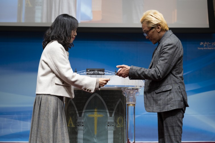 YTo1ODp7czo4OiJGaWxlTmFtZSI7czo0MDoiNzIyZjFlNzUtY2MxNy00N2Y3LWFjYjMtYzEyODZjMTIyZmEyLmpwZyI7czoxMjoiRmlsZURhdGVUaW1lIjtpOjE3Njk1NzgyMTU7czo4OiJGaWxlU2l6ZSI7aToxMTMyNTcyO3M6ODoiRmlsZVR5cGUiO2k6MjtzOjg6Ik1pbWVUeXBlIjtzOjEwOiJpbWFnZS9qcGVnIjtzOjEzOiJTZWN0aW9uc0ZvdW5kIjtzOjMwOiJBTllfVEFHLCBJRkQwLCBUSFVNQk5BSUwsIEVYSUYiO3M6ODoiQ09NUFVURUQiO2E6OTp7czo0OiJodG1sIjtzOjI2OiJ3aWR0aD0iMTY0MiIgaGVpZ2h0PSIxMDk1IiI7czo2OiJIZWlnaHQiO2k6MTA5NTtzOjU6IldpZHRoIjtpOjE2NDI7czo3OiJJc0NvbG9yIjtpOjE7czoxNzoiQnl0ZU9yZGVyTW90b3JvbGEiO2k6MDtzOjE1OiJBcGVydHVyZUZOdW1iZXIiO3M6NToiZi80LjAiO3M6OToiQ29weXJpZ2h0IjtzOjQ6IllBQkMiO3M6MTg6IlRodW1ibmFpbC5GaWxlVHlwZSI7aToyO3M6MTg6IlRodW1ibmFpbC5NaW1lVHlwZSI7czoxMDoiaW1hZ2UvanBlZyI7fXM6NDoiTWFrZSI7czo0OiJTT05ZIjtzOjU6Ik1vZGVsIjtzOjg6IklMQ0UtN000IjtzOjExOiJYUmVzb2x1dGlvbiI7czo1OiIyNDAvMSI7czoxMToiWVJlc29sdXRpb24iO3M6NToiMjQwLzEiO3M6MTQ6IlJlc29sdXRpb25Vbml0IjtpOjI7czo4OiJTb2Z0d2FyZSI7czo1MjoiQWRvYmUgUGhvdG9zaG9wIExpZ2h0cm9vbSBDbGFzc2ljIDE1LjEuMSAoTWFjaW50b3NoKSI7czo4OiJEYXRlVGltZSI7czoxOToiMjAyNjowMToyOCAxNDoyODozOSI7czo2OiJBcnRpc3QiO3M6NzoiWUFCQ19TRyI7czo5OiJDb3B5cmlnaHQiO3M6NDoiWUFCQyI7czoxNjoiRXhpZl9JRkRfUG9pbnRlciI7aToyNTQ7czo5OiJUSFVNQk5BSUwiO2E6Njp7czoxMToiQ29tcHJlc3Npb24iO2k6NjtzOjExOiJYUmVzb2x1dGlvbiI7czo0OiI3Mi8xIjtzOjExOiJZUmVzb2x1dGlvbiI7czo0OiI3Mi8xIjtzOjE0OiJSZXNvbHV0aW9uVW5pdCI7aToyO3M6MjE6IkpQRUdJbnRlcmNoYW5nZUZvcm1hdCI7aToxMDQwO3M6Mjc6IkpQRUdJbnRlcmNoYW5nZUZvcm1hdExlbmd0aCI7aToxMzE2MDt9czoxMjoiRXhwb3N1cmVUaW1lIjtzOjU6IjEvMTYwIjtzOjc6IkZOdW1iZXIiO3M6MzoiNC8xIjtzOjE1OiJFeHBvc3VyZVByb2dyYW0iO2k6MjtzOjE1OiJJU09TcGVlZFJhdGluZ3MiO2k6ODAwO3M6MTk6IlVuZGVmaW5lZFRhZzoweDg4MzAiO2k6MjtzOjE5OiJVbmRlZmluZWRUYWc6MHg4ODMyIjtpOjgwMDtzOjExOiJFeGlmVmVyc2lvbiI7czo0OiIwMjMyIjtzOjE2OiJEYXRlVGltZU9yaWdpbmFsIjtzOjE5OiIyMDI2OjAxOjI1IDE2OjA4OjAyIjtzOjE3OiJEYXRlVGltZURpZ2l0aXplZCI7czoxOToiMjAyNjowMToyNSAxNjowODowMiI7czoxOToiVW5kZWZpbmVkVGFnOjB4OTAxMCI7czo2OiIrMDk6MDAiO3M6MTk6IlVuZGVmaW5lZFRhZzoweDkwMTEiO3M6NjoiKzA5OjAwIjtzOjE5OiJVbmRlZmluZWRUYWc6MHg5MDEyIjtzOjY6IiswOTowMCI7czoxNzoiU2h1dHRlclNwZWVkVmFsdWUiO3M6MTU6IjczMjE5MjgvMTAwMDAwMCI7czoxMzoiQXBlcnR1cmVWYWx1ZSI7czozOiI0LzEiO3M6MTU6IkJyaWdodG5lc3NWYWx1ZSI7czo5OiI5Mzc0LzI1NjAiO3M6MTc6IkV4cG9zdXJlQmlhc1ZhbHVlIjtzOjQ6IjAvMTAiO3M6MTY6Ik1heEFwZXJ0dXJlVmFsdWUiO3M6NzoiNzYwLzI1NiI7czoxMjoiTWV0ZXJpbmdNb2RlIjtpOjU7czoxMToiTGlnaHRTb3VyY2UiO2k6MDtzOjU6IkZsYXNoIjtpOjE2O3M6MTE6IkZvY2FsTGVuZ3RoIjtzOjY6IjYwMC8xMCI7czoxODoiU3ViU2VjVGltZU9yaWdpbmFsIjtzOjM6IjU1MCI7czoxOToiU3ViU2VjVGltZURpZ2l0aXplZCI7czozOiI1NTAiO3M6MTA6IkNvbG9yU3BhY2UiO2k6NjU1MzU7czoyMToiRm9jYWxQbGFuZVhSZXNvbHV0aW9uIjtzOjE0OiI2NDQ0OTMzOS8zMjc2OCI7czoyMToiRm9jYWxQbGFuZVlSZXNvbHV0aW9uIjtzOjE0OiI2NDQ0OTMzOS8zMjc2OCI7czoyNDoiRm9jYWxQbGFuZVJlc29sdXRpb25Vbml0IjtpOjM7czoxMDoiRmlsZVNvdXJjZSI7czoxOiIDIjtzOjk6IlNjZW5lVHlwZSI7czoxOiIBIjtzOjE0OiJDdXN0b21SZW5kZXJlZCI7aTowO3M6MTI6IkV4cG9zdXJlTW9kZSI7aTowO3M6MTI6IldoaXRlQmFsYW5jZSI7aTowO3M6MTY6IkRpZ2l0YWxab29tUmF0aW8iO3M6NToiMTYvMTYiO3M6MjE6IkZvY2FsTGVuZ3RoSW4zNW1tRmlsbSI7aTo2MDtzOjE2OiJTY2VuZUNhcHR1cmVUeXBlIjtpOjA7czo4OiJDb250cmFzdCI7aTowO3M6MTA6IlNhdHVyYXRpb24iO2k6MDtzOjk6IlNoYXJwbmVzcyI7aTowO3M6MTk6IlVuZGVmaW5lZFRhZzoweEE0MzIiO2E6NDp7aTowO3M6NjoiMjQwLzEwIjtpOjE7czo2OiI3MDAvMTAiO2k6MjtzOjU6IjI4LzEwIjtpOjM7czo1OiIyOC8xMCI7fXM6MTk6IlVuZGVmaW5lZFRhZzoweEE0MzQiO3M6MjE6IkZFIDI0LTcwbW0gRjIuOCBHTSBJSSI7fQ==