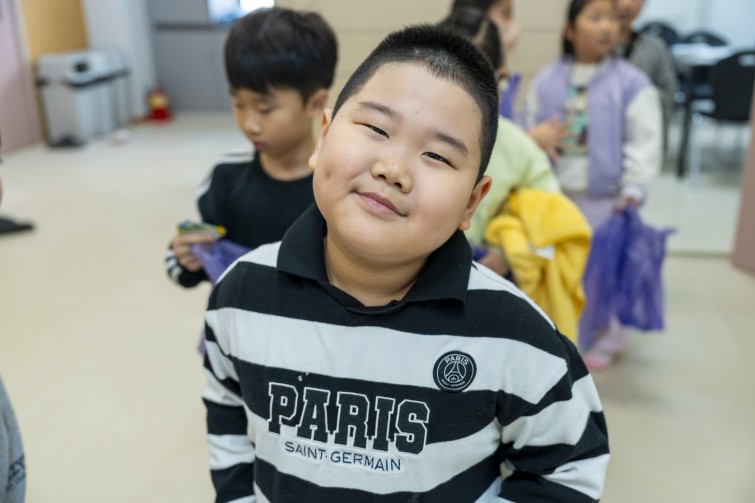 YTo1ODp7czo4OiJGaWxlTmFtZSI7czo0MDoiNzM0OGU0NjAtZDNhOS00ZWM4LTkxNWYtOWJjZjI0M2NiY2ZjLmpwZyI7czoxMjoiRmlsZURhdGVUaW1lIjtpOjE3NjQzMTgxMDI7czo4OiJGaWxlU2l6ZSI7aTo5NjE4NDg7czo4OiJGaWxlVHlwZSI7aToyO3M6ODoiTWltZVR5cGUiO3M6MTA6ImltYWdlL2pwZWciO3M6MTM6IlNlY3Rpb25zRm91bmQiO3M6MzA6IkFOWV9UQUcsIElGRDAsIFRIVU1CTkFJTCwgRVhJRiI7czo4OiJDT01QVVRFRCI7YTo5OntzOjQ6Imh0bWwiO3M6MjY6IndpZHRoPSIxNzUyIiBoZWlnaHQ9IjExNjgiIjtzOjY6IkhlaWdodCI7aToxMTY4O3M6NToiV2lkdGgiO2k6MTc1MjtzOjc6IklzQ29sb3IiO2k6MTtzOjE3OiJCeXRlT3JkZXJNb3Rvcm9sYSI7aTowO3M6MTU6IkFwZXJ0dXJlRk51bWJlciI7czo1OiJmLzMuMiI7czo5OiJDb3B5cmlnaHQiO3M6NDoiWUFCQyI7czoxODoiVGh1bWJuYWlsLkZpbGVUeXBlIjtpOjI7czoxODoiVGh1bWJuYWlsLk1pbWVUeXBlIjtzOjEwOiJpbWFnZS9qcGVnIjt9czo0OiJNYWtlIjtzOjQ6IlNPTlkiO3M6NToiTW9kZWwiO3M6ODoiSUxDRS03TTQiO3M6MTE6IlhSZXNvbHV0aW9uIjtzOjU6IjI0MC8xIjtzOjExOiJZUmVzb2x1dGlvbiI7czo1OiIyNDAvMSI7czoxNDoiUmVzb2x1dGlvblVuaXQiO2k6MjtzOjg6IlNvZnR3YXJlIjtzOjUyOiJBZG9iZSBQaG90b3Nob3AgTGlnaHRyb29tIENsYXNzaWMgMTUuMC4xIChNYWNpbnRvc2gpIjtzOjg6IkRhdGVUaW1lIjtzOjE5OiIyMDI1OjExOjI4IDE3OjE1OjM4IjtzOjY6IkFydGlzdCI7czo3OiJZQUJDX1NHIjtzOjk6IkNvcHlyaWdodCI7czo0OiJZQUJDIjtzOjE2OiJFeGlmX0lGRF9Qb2ludGVyIjtpOjI1NDtzOjk6IlRIVU1CTkFJTCI7YTo2OntzOjExOiJDb21wcmVzc2lvbiI7aTo2O3M6MTE6IlhSZXNvbHV0aW9uIjtzOjQ6IjcyLzEiO3M6MTE6IllSZXNvbHV0aW9uIjtzOjQ6IjcyLzEiO3M6MTQ6IlJlc29sdXRpb25Vbml0IjtpOjI7czoyMToiSlBFR0ludGVyY2hhbmdlRm9ybWF0IjtpOjEwNDA7czoyNzoiSlBFR0ludGVyY2hhbmdlRm9ybWF0TGVuZ3RoIjtpOjEzNjYxO31zOjEyOiJFeHBvc3VyZVRpbWUiO3M6NToiMS8xMjUiO3M6NzoiRk51bWJlciI7czo1OiIzMi8xMCI7czoxNToiRXhwb3N1cmVQcm9ncmFtIjtpOjE7czoxNToiSVNPU3BlZWRSYXRpbmdzIjtpOjY0MDtzOjE5OiJVbmRlZmluZWRUYWc6MHg4ODMwIjtpOjI7czoxOToiVW5kZWZpbmVkVGFnOjB4ODgzMiI7aTo2NDA7czoxMToiRXhpZlZlcnNpb24iO3M6NDoiMDIzMiI7czoxNjoiRGF0ZVRpbWVPcmlnaW5hbCI7czoxOToiMjAyNToxMToyMyAxMjoyMjoyMiI7czoxNzoiRGF0ZVRpbWVEaWdpdGl6ZWQiO3M6MTk6IjIwMjU6MTE6MjMgMTI6MjI6MjIiO3M6MTk6IlVuZGVmaW5lZFRhZzoweDkwMTAiO3M6NjoiKzA5OjAwIjtzOjE5OiJVbmRlZmluZWRUYWc6MHg5MDExIjtzOjY6IiswOTowMCI7czoxOToiVW5kZWZpbmVkVGFnOjB4OTAxMiI7czo2OiIrMDk6MDAiO3M6MTc6IlNodXR0ZXJTcGVlZFZhbHVlIjtzOjE1OiI2OTY1Nzg0LzEwMDAwMDAiO3M6MTM6IkFwZXJ0dXJlVmFsdWUiO3M6MTU6IjMzNTYxNDQvMTAwMDAwMCI7czoxNToiQnJpZ2h0bmVzc1ZhbHVlIjtzOjk6Ijg5NDQvMjU2MCI7czoxNzoiRXhwb3N1cmVCaWFzVmFsdWUiO3M6NDoiMC8xMCI7czoxNjoiTWF4QXBlcnR1cmVWYWx1ZSI7czo3OiI3NjAvMjU2IjtzOjEyOiJNZXRlcmluZ01vZGUiO2k6NTtzOjExOiJMaWdodFNvdXJjZSI7aTowO3M6NToiRmxhc2giO2k6MTY7czoxMToiRm9jYWxMZW5ndGgiO3M6NjoiMzUwLzEwIjtzOjE4OiJTdWJTZWNUaW1lT3JpZ2luYWwiO3M6MzoiNDkwIjtzOjE5OiJTdWJTZWNUaW1lRGlnaXRpemVkIjtzOjM6IjQ5MCI7czoxMDoiQ29sb3JTcGFjZSI7aTo2NTUzNTtzOjIxOiJGb2NhbFBsYW5lWFJlc29sdXRpb24iO3M6MTQ6IjY0NDQ5MzM5LzMyNzY4IjtzOjIxOiJGb2NhbFBsYW5lWVJlc29sdXRpb24iO3M6MTQ6IjY0NDQ5MzM5LzMyNzY4IjtzOjI0OiJGb2NhbFBsYW5lUmVzb2x1dGlvblVuaXQiO2k6MztzOjEwOiJGaWxlU291cmNlIjtzOjE6IgMiO3M6OToiU2NlbmVUeXBlIjtzOjE6IgEiO3M6MTQ6IkN1c3RvbVJlbmRlcmVkIjtpOjA7czoxMjoiRXhwb3N1cmVNb2RlIjtpOjE7czoxMjoiV2hpdGVCYWxhbmNlIjtpOjE7czoxNjoiRGlnaXRhbFpvb21SYXRpbyI7czo1OiIxNi8xNiI7czoyMToiRm9jYWxMZW5ndGhJbjM1bW1GaWxtIjtpOjM1O3M6MTY6IlNjZW5lQ2FwdHVyZVR5cGUiO2k6MDtzOjg6IkNvbnRyYXN0IjtpOjA7czoxMDoiU2F0dXJhdGlvbiI7aTowO3M6OToiU2hhcnBuZXNzIjtpOjA7czoxOToiVW5kZWZpbmVkVGFnOjB4QTQzMiI7YTo0OntpOjA7czo2OiIyNDAvMTAiO2k6MTtzOjY6IjcwMC8xMCI7aToyO3M6NToiMjgvMTAiO2k6MztzOjU6IjI4LzEwIjt9czoxOToiVW5kZWZpbmVkVGFnOjB4QTQzNCI7czoyMToiRkUgMjQtNzBtbSBGMi44IEdNIElJIjt9