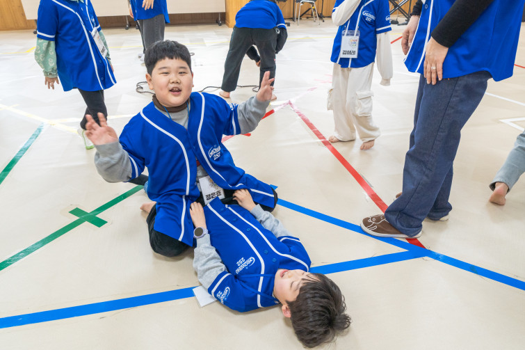 YTo1NDp7czo4OiJGaWxlTmFtZSI7czo0MDoiN2JiOGI2NGMtMmJjOS00ZjhmLTkyYjktY2E2Mjc1NGFmMTkxLmpwZyI7czoxMjoiRmlsZURhdGVUaW1lIjtpOjE3NzM4MDk0OTc7czo4OiJGaWxlU2l6ZSI7aToyMTc0MDkxO3M6ODoiRmlsZVR5cGUiO2k6MjtzOjg6Ik1pbWVUeXBlIjtzOjEwOiJpbWFnZS9qcGVnIjtzOjEzOiJTZWN0aW9uc0ZvdW5kIjtzOjMwOiJBTllfVEFHLCBJRkQwLCBUSFVNQk5BSUwsIEVYSUYiO3M6ODoiQ09NUFVURUQiO2E6ODp7czo0OiJodG1sIjtzOjI2OiJ3aWR0aD0iMjEwMCIgaGVpZ2h0PSIxNDAwIiI7czo2OiJIZWlnaHQiO2k6MTQwMDtzOjU6IldpZHRoIjtpOjIxMDA7czo3OiJJc0NvbG9yIjtpOjE7czoxNzoiQnl0ZU9yZGVyTW90b3JvbGEiO2k6MDtzOjE1OiJBcGVydHVyZUZOdW1iZXIiO3M6NToiZi80LjAiO3M6MTg6IlRodW1ibmFpbC5GaWxlVHlwZSI7aToyO3M6MTg6IlRodW1ibmFpbC5NaW1lVHlwZSI7czoxMDoiaW1hZ2UvanBlZyI7fXM6NDoiTWFrZSI7czo0OiJTT05ZIjtzOjU6Ik1vZGVsIjtzOjk6IklMQ0UtNjQwMCI7czoxMToiWFJlc29sdXRpb24iO3M6NToiMjQwLzEiO3M6MTE6IllSZXNvbHV0aW9uIjtzOjU6IjI0MC8xIjtzOjE0OiJSZXNvbHV0aW9uVW5pdCI7aToyO3M6ODoiU29mdHdhcmUiO3M6NTA6IkFkb2JlIFBob3Rvc2hvcCBMaWdodHJvb20gQ2xhc3NpYyAxNS4yIChNYWNpbnRvc2gpIjtzOjg6IkRhdGVUaW1lIjtzOjE5OiIyMDI2OjAzOjE3IDExOjIwOjI2IjtzOjE2OiJFeGlmX0lGRF9Qb2ludGVyIjtpOjIxNDtzOjk6IlRIVU1CTkFJTCI7YTo2OntzOjExOiJDb21wcmVzc2lvbiI7aTo2O3M6MTE6IlhSZXNvbHV0aW9uIjtzOjQ6IjcyLzEiO3M6MTE6IllSZXNvbHV0aW9uIjtzOjQ6IjcyLzEiO3M6MTQ6IlJlc29sdXRpb25Vbml0IjtpOjI7czoyMToiSlBFR0ludGVyY2hhbmdlRm9ybWF0IjtpOjk3NjtzOjI3OiJKUEVHSW50ZXJjaGFuZ2VGb3JtYXRMZW5ndGgiO2k6MTkzNTk7fXM6MTI6IkV4cG9zdXJlVGltZSI7czo1OiIxLzIwMCI7czo3OiJGTnVtYmVyIjtzOjM6IjQvMSI7czoxNToiRXhwb3N1cmVQcm9ncmFtIjtpOjE7czoxNToiSVNPU3BlZWRSYXRpbmdzIjtpOjEyNTA7czoxOToiVW5kZWZpbmVkVGFnOjB4ODgzMCI7aToyO3M6MTk6IlVuZGVmaW5lZFRhZzoweDg4MzIiO2k6MTI1MDtzOjExOiJFeGlmVmVyc2lvbiI7czo0OiIwMjMxIjtzOjE2OiJEYXRlVGltZU9yaWdpbmFsIjtzOjE5OiIyMDE5OjExOjEyIDAyOjA3OjIyIjtzOjE3OiJEYXRlVGltZURpZ2l0aXplZCI7czoxOToiMjAxOToxMToxMiAwMjowNzoyMiI7czoxOToiVW5kZWZpbmVkVGFnOjB4OTAxMCI7czo2OiIrMDk6MDAiO3M6MTk6IlVuZGVmaW5lZFRhZzoweDkwMTEiO3M6NjoiKzA5OjAwIjtzOjE5OiJVbmRlZmluZWRUYWc6MHg5MDEyIjtzOjY6IiswOTowMCI7czoxNzoiU2h1dHRlclNwZWVkVmFsdWUiO3M6MTU6Ijc2NDM4NTYvMTAwMDAwMCI7czoxMzoiQXBlcnR1cmVWYWx1ZSI7czozOiI0LzEiO3M6MTU6IkJyaWdodG5lc3NWYWx1ZSI7czo5OiI5Nzc0LzI1NjAiO3M6MTc6IkV4cG9zdXJlQmlhc1ZhbHVlIjtzOjQ6IjAvMTAiO3M6MTY6Ik1heEFwZXJ0dXJlVmFsdWUiO3M6NzoiNzYwLzI1NiI7czoxMjoiTWV0ZXJpbmdNb2RlIjtpOjU7czoxMToiTGlnaHRTb3VyY2UiO2k6MDtzOjU6IkZsYXNoIjtpOjE2O3M6MTE6IkZvY2FsTGVuZ3RoIjtzOjY6IjE2MC8xMCI7czoxMDoiQ29sb3JTcGFjZSI7aToxO3M6MjE6IkZvY2FsUGxhbmVYUmVzb2x1dGlvbiI7czoxNDoiODM2NjI5NzkvMzI3NjgiO3M6MjE6IkZvY2FsUGxhbmVZUmVzb2x1dGlvbiI7czoxNDoiODM2NjI5NzkvMzI3NjgiO3M6MjQ6IkZvY2FsUGxhbmVSZXNvbHV0aW9uVW5pdCI7aTozO3M6MTA6IkZpbGVTb3VyY2UiO3M6MToiAyI7czo5OiJTY2VuZVR5cGUiO3M6MToiASI7czoxNDoiQ3VzdG9tUmVuZGVyZWQiO2k6MDtzOjEyOiJFeHBvc3VyZU1vZGUiO2k6MTtzOjEyOiJXaGl0ZUJhbGFuY2UiO2k6MDtzOjE2OiJEaWdpdGFsWm9vbVJhdGlvIjtzOjU6IjE2LzE2IjtzOjIxOiJGb2NhbExlbmd0aEluMzVtbUZpbG0iO2k6MjQ7czoxNjoiU2NlbmVDYXB0dXJlVHlwZSI7aTowO3M6ODoiQ29udHJhc3QiO2k6MDtzOjEwOiJTYXR1cmF0aW9uIjtpOjA7czo5OiJTaGFycG5lc3MiO2k6MDtzOjE5OiJVbmRlZmluZWRUYWc6MHhBNDMyIjthOjQ6e2k6MDtzOjY6IjE2MC8xMCI7aToxO3M6NjoiMzUwLzEwIjtpOjI7czo1OiIyOC8xMCI7aTozO3M6NToiMjgvMTAiO31zOjE5OiJVbmRlZmluZWRUYWc6MHhBNDM0IjtzOjIxOiJGRSAxNi0zNW1tIEYyLjggR00gSUkiO30=