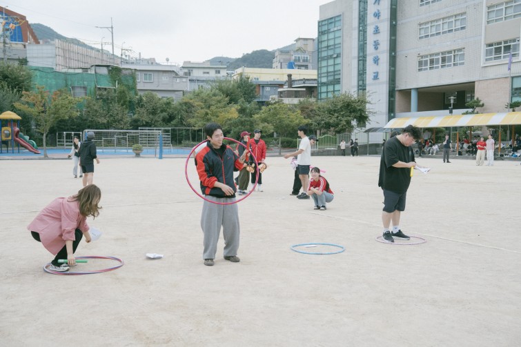 YTo1ODp7czo4OiJGaWxlTmFtZSI7czo0MDoiN2ZiMTlhYTktNGIyNy00ZjRkLTg3NWQtNDE4OTMwYzFjMzg0LmpwZyI7czoxMjoiRmlsZURhdGVUaW1lIjtpOjE3NjA1MTQyNzQ7czo4OiJGaWxlU2l6ZSI7aToxNDU1NjA2O3M6ODoiRmlsZVR5cGUiO2k6MjtzOjg6Ik1pbWVUeXBlIjtzOjEwOiJpbWFnZS9qcGVnIjtzOjEzOiJTZWN0aW9uc0ZvdW5kIjtzOjMwOiJBTllfVEFHLCBJRkQwLCBUSFVNQk5BSUwsIEVYSUYiO3M6ODoiQ09NUFVURUQiO2E6OTp7czo0OiJodG1sIjtzOjI2OiJ3aWR0aD0iMTc1MiIgaGVpZ2h0PSIxMTY4IiI7czo2OiJIZWlnaHQiO2k6MTE2ODtzOjU6IldpZHRoIjtpOjE3NTI7czo3OiJJc0NvbG9yIjtpOjE7czoxNzoiQnl0ZU9yZGVyTW90b3JvbGEiO2k6MDtzOjE1OiJBcGVydHVyZUZOdW1iZXIiO3M6NToiZi80LjAiO3M6OToiQ29weXJpZ2h0IjtzOjQ6IllBQkMiO3M6MTg6IlRodW1ibmFpbC5GaWxlVHlwZSI7aToyO3M6MTg6IlRodW1ibmFpbC5NaW1lVHlwZSI7czoxMDoiaW1hZ2UvanBlZyI7fXM6NDoiTWFrZSI7czo0OiJTT05ZIjtzOjU6Ik1vZGVsIjtzOjg6IklMQ0UtN000IjtzOjExOiJYUmVzb2x1dGlvbiI7czo1OiIyNDAvMSI7czoxMToiWVJlc29sdXRpb24iO3M6NToiMjQwLzEiO3M6MTQ6IlJlc29sdXRpb25Vbml0IjtpOjI7czo4OiJTb2Z0d2FyZSI7czo1MjoiQWRvYmUgUGhvdG9zaG9wIExpZ2h0cm9vbSBDbGFzc2ljIDE0LjUuMSAoTWFjaW50b3NoKSI7czo4OiJEYXRlVGltZSI7czoxOToiMjAyNToxMDoxMyAxMzozMzo0MCI7czo2OiJBcnRpc3QiO3M6NzoiWUFCQ19TRyI7czo5OiJDb3B5cmlnaHQiO3M6NDoiWUFCQyI7czoxNjoiRXhpZl9JRkRfUG9pbnRlciI7aToyNTQ7czo5OiJUSFVNQk5BSUwiO2E6Njp7czoxMToiQ29tcHJlc3Npb24iO2k6NjtzOjExOiJYUmVzb2x1dGlvbiI7czo0OiI3Mi8xIjtzOjExOiJZUmVzb2x1dGlvbiI7czo0OiI3Mi8xIjtzOjE0OiJSZXNvbHV0aW9uVW5pdCI7aToyO3M6MjE6IkpQRUdJbnRlcmNoYW5nZUZvcm1hdCI7aToxMDQwO3M6Mjc6IkpQRUdJbnRlcmNoYW5nZUZvcm1hdExlbmd0aCI7aToxMjk5OTt9czoxMjoiRXhwb3N1cmVUaW1lIjtzOjU6IjEvMjAwIjtzOjc6IkZOdW1iZXIiO3M6MzoiNC8xIjtzOjE1OiJFeHBvc3VyZVByb2dyYW0iO2k6MTtzOjE1OiJJU09TcGVlZFJhdGluZ3MiO2k6NDAwO3M6MTk6IlVuZGVmaW5lZFRhZzoweDg4MzAiO2k6MjtzOjE5OiJVbmRlZmluZWRUYWc6MHg4ODMyIjtpOjQwMDtzOjExOiJFeGlmVmVyc2lvbiI7czo0OiIwMjMyIjtzOjE2OiJEYXRlVGltZU9yaWdpbmFsIjtzOjE5OiIyMDI1OjEwOjEyIDE1OjIyOjUxIjtzOjE3OiJEYXRlVGltZURpZ2l0aXplZCI7czoxOToiMjAyNToxMDoxMiAxNToyMjo1MSI7czoxOToiVW5kZWZpbmVkVGFnOjB4OTAxMCI7czo2OiIrMDk6MDAiO3M6MTk6IlVuZGVmaW5lZFRhZzoweDkwMTEiO3M6NjoiKzA5OjAwIjtzOjE5OiJVbmRlZmluZWRUYWc6MHg5MDEyIjtzOjY6IiswOTowMCI7czoxNzoiU2h1dHRlclNwZWVkVmFsdWUiO3M6MTU6Ijc2NDM4NTYvMTAwMDAwMCI7czoxMzoiQXBlcnR1cmVWYWx1ZSI7czozOiI0LzEiO3M6MTU6IkJyaWdodG5lc3NWYWx1ZSI7czoxMDoiMTc3NjQvMjU2MCI7czoxNzoiRXhwb3N1cmVCaWFzVmFsdWUiO3M6NDoiMC8xMCI7czoxNjoiTWF4QXBlcnR1cmVWYWx1ZSI7czo3OiI3NjAvMjU2IjtzOjEyOiJNZXRlcmluZ01vZGUiO2k6NTtzOjExOiJMaWdodFNvdXJjZSI7aTowO3M6NToiRmxhc2giO2k6MTY7czoxMToiRm9jYWxMZW5ndGgiO3M6NjoiMzkwLzEwIjtzOjE4OiJTdWJTZWNUaW1lT3JpZ2luYWwiO3M6MzoiNzUyIjtzOjE5OiJTdWJTZWNUaW1lRGlnaXRpemVkIjtzOjM6Ijc1MiI7czoxMDoiQ29sb3JTcGFjZSI7aTo2NTUzNTtzOjIxOiJGb2NhbFBsYW5lWFJlc29sdXRpb24iO3M6MTQ6IjY0NDQ5MzM5LzMyNzY4IjtzOjIxOiJGb2NhbFBsYW5lWVJlc29sdXRpb24iO3M6MTQ6IjY0NDQ5MzM5LzMyNzY4IjtzOjI0OiJGb2NhbFBsYW5lUmVzb2x1dGlvblVuaXQiO2k6MztzOjEwOiJGaWxlU291cmNlIjtzOjE6IgMiO3M6OToiU2NlbmVUeXBlIjtzOjE6IgEiO3M6MTQ6IkN1c3RvbVJlbmRlcmVkIjtpOjA7czoxMjoiRXhwb3N1cmVNb2RlIjtpOjE7czoxMjoiV2hpdGVCYWxhbmNlIjtpOjE7czoxNjoiRGlnaXRhbFpvb21SYXRpbyI7czo1OiIxNi8xNiI7czoyMToiRm9jYWxMZW5ndGhJbjM1bW1GaWxtIjtpOjM5O3M6MTY6IlNjZW5lQ2FwdHVyZVR5cGUiO2k6MDtzOjg6IkNvbnRyYXN0IjtpOjA7czoxMDoiU2F0dXJhdGlvbiI7aTowO3M6OToiU2hhcnBuZXNzIjtpOjA7czoxOToiVW5kZWZpbmVkVGFnOjB4QTQzMiI7YTo0OntpOjA7czo2OiIyNDAvMTAiO2k6MTtzOjY6IjcwMC8xMCI7aToyO3M6NToiMjgvMTAiO2k6MztzOjU6IjI4LzEwIjt9czoxOToiVW5kZWZpbmVkVGFnOjB4QTQzNCI7czoyMToiRkUgMjQtNzBtbSBGMi44IEdNIElJIjt9