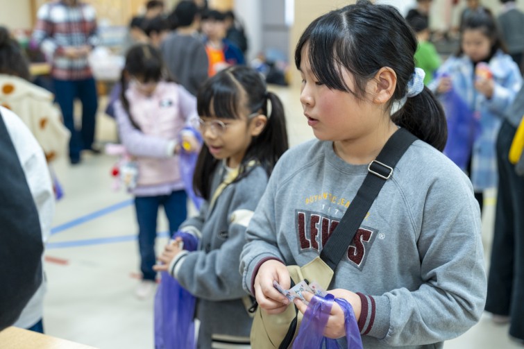 YTo1ODp7czo4OiJGaWxlTmFtZSI7czo0MDoiODljMWYyMWYtMmE0NC00MDE0LTg4NTItNDNhYjg2OGQyZDRjLmpwZyI7czoxMjoiRmlsZURhdGVUaW1lIjtpOjE3NjQzMTgxMDQ7czo4OiJGaWxlU2l6ZSI7aToxMjU0NjY0O3M6ODoiRmlsZVR5cGUiO2k6MjtzOjg6Ik1pbWVUeXBlIjtzOjEwOiJpbWFnZS9qcGVnIjtzOjEzOiJTZWN0aW9uc0ZvdW5kIjtzOjMwOiJBTllfVEFHLCBJRkQwLCBUSFVNQk5BSUwsIEVYSUYiO3M6ODoiQ09NUFVURUQiO2E6OTp7czo0OiJodG1sIjtzOjI2OiJ3aWR0aD0iMTc1MiIgaGVpZ2h0PSIxMTY4IiI7czo2OiJIZWlnaHQiO2k6MTE2ODtzOjU6IldpZHRoIjtpOjE3NTI7czo3OiJJc0NvbG9yIjtpOjE7czoxNzoiQnl0ZU9yZGVyTW90b3JvbGEiO2k6MDtzOjE1OiJBcGVydHVyZUZOdW1iZXIiO3M6NToiZi8zLjIiO3M6OToiQ29weXJpZ2h0IjtzOjQ6IllBQkMiO3M6MTg6IlRodW1ibmFpbC5GaWxlVHlwZSI7aToyO3M6MTg6IlRodW1ibmFpbC5NaW1lVHlwZSI7czoxMDoiaW1hZ2UvanBlZyI7fXM6NDoiTWFrZSI7czo0OiJTT05ZIjtzOjU6Ik1vZGVsIjtzOjg6IklMQ0UtN000IjtzOjExOiJYUmVzb2x1dGlvbiI7czo1OiIyNDAvMSI7czoxMToiWVJlc29sdXRpb24iO3M6NToiMjQwLzEiO3M6MTQ6IlJlc29sdXRpb25Vbml0IjtpOjI7czo4OiJTb2Z0d2FyZSI7czo1MjoiQWRvYmUgUGhvdG9zaG9wIExpZ2h0cm9vbSBDbGFzc2ljIDE1LjAuMSAoTWFjaW50b3NoKSI7czo4OiJEYXRlVGltZSI7czoxOToiMjAyNToxMToyOCAxNzoxNTo1MyI7czo2OiJBcnRpc3QiO3M6NzoiWUFCQ19TRyI7czo5OiJDb3B5cmlnaHQiO3M6NDoiWUFCQyI7czoxNjoiRXhpZl9JRkRfUG9pbnRlciI7aToyNTQ7czo5OiJUSFVNQk5BSUwiO2E6Njp7czoxMToiQ29tcHJlc3Npb24iO2k6NjtzOjExOiJYUmVzb2x1dGlvbiI7czo0OiI3Mi8xIjtzOjExOiJZUmVzb2x1dGlvbiI7czo0OiI3Mi8xIjtzOjE0OiJSZXNvbHV0aW9uVW5pdCI7aToyO3M6MjE6IkpQRUdJbnRlcmNoYW5nZUZvcm1hdCI7aToxMDQwO3M6Mjc6IkpQRUdJbnRlcmNoYW5nZUZvcm1hdExlbmd0aCI7aToxNzUzODt9czoxMjoiRXhwb3N1cmVUaW1lIjtzOjU6IjEvMTI1IjtzOjc6IkZOdW1iZXIiO3M6NToiMzIvMTAiO3M6MTU6IkV4cG9zdXJlUHJvZ3JhbSI7aToxO3M6MTU6IklTT1NwZWVkUmF0aW5ncyI7aTo2NDA7czoxOToiVW5kZWZpbmVkVGFnOjB4ODgzMCI7aToyO3M6MTk6IlVuZGVmaW5lZFRhZzoweDg4MzIiO2k6NjQwO3M6MTE6IkV4aWZWZXJzaW9uIjtzOjQ6IjAyMzIiO3M6MTY6IkRhdGVUaW1lT3JpZ2luYWwiO3M6MTk6IjIwMjU6MTE6MjMgMTI6Mjk6MjIiO3M6MTc6IkRhdGVUaW1lRGlnaXRpemVkIjtzOjE5OiIyMDI1OjExOjIzIDEyOjI5OjIyIjtzOjE5OiJVbmRlZmluZWRUYWc6MHg5MDEwIjtzOjY6IiswOTowMCI7czoxOToiVW5kZWZpbmVkVGFnOjB4OTAxMSI7czo2OiIrMDk6MDAiO3M6MTk6IlVuZGVmaW5lZFRhZzoweDkwMTIiO3M6NjoiKzA5OjAwIjtzOjE3OiJTaHV0dGVyU3BlZWRWYWx1ZSI7czoxNToiNjk2NTc4NC8xMDAwMDAwIjtzOjEzOiJBcGVydHVyZVZhbHVlIjtzOjE1OiIzMzU2MTQ0LzEwMDAwMDAiO3M6MTU6IkJyaWdodG5lc3NWYWx1ZSI7czo5OiI2OTE0LzI1NjAiO3M6MTc6IkV4cG9zdXJlQmlhc1ZhbHVlIjtzOjQ6IjAvMTAiO3M6MTY6Ik1heEFwZXJ0dXJlVmFsdWUiO3M6NzoiNzYwLzI1NiI7czoxMjoiTWV0ZXJpbmdNb2RlIjtpOjU7czoxMToiTGlnaHRTb3VyY2UiO2k6MDtzOjU6IkZsYXNoIjtpOjE2O3M6MTE6IkZvY2FsTGVuZ3RoIjtzOjY6IjQ5MC8xMCI7czoxODoiU3ViU2VjVGltZU9yaWdpbmFsIjtzOjM6IjEwNSI7czoxOToiU3ViU2VjVGltZURpZ2l0aXplZCI7czozOiIxMDUiO3M6MTA6IkNvbG9yU3BhY2UiO2k6NjU1MzU7czoyMToiRm9jYWxQbGFuZVhSZXNvbHV0aW9uIjtzOjE0OiI2NDQ0OTMzOS8zMjc2OCI7czoyMToiRm9jYWxQbGFuZVlSZXNvbHV0aW9uIjtzOjE0OiI2NDQ0OTMzOS8zMjc2OCI7czoyNDoiRm9jYWxQbGFuZVJlc29sdXRpb25Vbml0IjtpOjM7czoxMDoiRmlsZVNvdXJjZSI7czoxOiIDIjtzOjk6IlNjZW5lVHlwZSI7czoxOiIBIjtzOjE0OiJDdXN0b21SZW5kZXJlZCI7aTowO3M6MTI6IkV4cG9zdXJlTW9kZSI7aToxO3M6MTI6IldoaXRlQmFsYW5jZSI7aToxO3M6MTY6IkRpZ2l0YWxab29tUmF0aW8iO3M6NToiMTYvMTYiO3M6MjE6IkZvY2FsTGVuZ3RoSW4zNW1tRmlsbSI7aTo0OTtzOjE2OiJTY2VuZUNhcHR1cmVUeXBlIjtpOjA7czo4OiJDb250cmFzdCI7aTowO3M6MTA6IlNhdHVyYXRpb24iO2k6MDtzOjk6IlNoYXJwbmVzcyI7aTowO3M6MTk6IlVuZGVmaW5lZFRhZzoweEE0MzIiO2E6NDp7aTowO3M6NjoiMjQwLzEwIjtpOjE7czo2OiI3MDAvMTAiO2k6MjtzOjU6IjI4LzEwIjtpOjM7czo1OiIyOC8xMCI7fXM6MTk6IlVuZGVmaW5lZFRhZzoweEE0MzQiO3M6MjE6IkZFIDI0LTcwbW0gRjIuOCBHTSBJSSI7fQ==