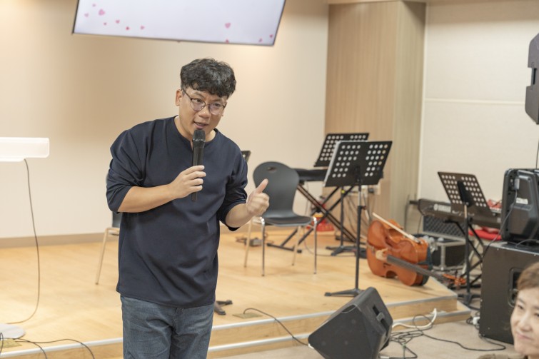 YTo1ODp7czo4OiJGaWxlTmFtZSI7czo0MDoiOGVlMDZhZDUtNDJhMy00YmZlLWE0ZGUtZDU0NjIzMzgxMGUzLmpwZyI7czoxMjoiRmlsZURhdGVUaW1lIjtpOjE3NTkyOTgzMTE7czo4OiJGaWxlU2l6ZSI7aTo5ODk1NjI7czo4OiJGaWxlVHlwZSI7aToyO3M6ODoiTWltZVR5cGUiO3M6MTA6ImltYWdlL2pwZWciO3M6MTM6IlNlY3Rpb25zRm91bmQiO3M6MzA6IkFOWV9UQUcsIElGRDAsIFRIVU1CTkFJTCwgRVhJRiI7czo4OiJDT01QVVRFRCI7YTo5OntzOjQ6Imh0bWwiO3M6MjY6IndpZHRoPSIxNzUyIiBoZWlnaHQ9IjExNjgiIjtzOjY6IkhlaWdodCI7aToxMTY4O3M6NToiV2lkdGgiO2k6MTc1MjtzOjc6IklzQ29sb3IiO2k6MTtzOjE3OiJCeXRlT3JkZXJNb3Rvcm9sYSI7aTowO3M6MTU6IkFwZXJ0dXJlRk51bWJlciI7czo1OiJmLzQuMCI7czo5OiJDb3B5cmlnaHQiO3M6NDoiWUFCQyI7czoxODoiVGh1bWJuYWlsLkZpbGVUeXBlIjtpOjI7czoxODoiVGh1bWJuYWlsLk1pbWVUeXBlIjtzOjEwOiJpbWFnZS9qcGVnIjt9czo0OiJNYWtlIjtzOjQ6IlNPTlkiO3M6NToiTW9kZWwiO3M6ODoiSUxDRS03TTQiO3M6MTE6IlhSZXNvbHV0aW9uIjtzOjU6IjI0MC8xIjtzOjExOiJZUmVzb2x1dGlvbiI7czo1OiIyNDAvMSI7czoxNDoiUmVzb2x1dGlvblVuaXQiO2k6MjtzOjg6IlNvZnR3YXJlIjtzOjUyOiJBZG9iZSBQaG90b3Nob3AgTGlnaHRyb29tIENsYXNzaWMgMTQuNS4xIChNYWNpbnRvc2gpIjtzOjg6IkRhdGVUaW1lIjtzOjE5OiIyMDI1OjA5OjMwIDEwOjE1OjMyIjtzOjY6IkFydGlzdCI7czo3OiJZQUJDX1NHIjtzOjk6IkNvcHlyaWdodCI7czo0OiJZQUJDIjtzOjE2OiJFeGlmX0lGRF9Qb2ludGVyIjtpOjI1NDtzOjk6IlRIVU1CTkFJTCI7YTo2OntzOjExOiJDb21wcmVzc2lvbiI7aTo2O3M6MTE6IlhSZXNvbHV0aW9uIjtzOjQ6IjcyLzEiO3M6MTE6IllSZXNvbHV0aW9uIjtzOjQ6IjcyLzEiO3M6MTQ6IlJlc29sdXRpb25Vbml0IjtpOjI7czoyMToiSlBFR0ludGVyY2hhbmdlRm9ybWF0IjtpOjEwNDA7czoyNzoiSlBFR0ludGVyY2hhbmdlRm9ybWF0TGVuZ3RoIjtpOjEzMDY3O31zOjEyOiJFeHBvc3VyZVRpbWUiO3M6NDoiMS82MCI7czo3OiJGTnVtYmVyIjtzOjM6IjQvMSI7czoxNToiRXhwb3N1cmVQcm9ncmFtIjtpOjE7czoxNToiSVNPU3BlZWRSYXRpbmdzIjtpOjUwMDtzOjE5OiJVbmRlZmluZWRUYWc6MHg4ODMwIjtpOjI7czoxOToiVW5kZWZpbmVkVGFnOjB4ODgzMiI7aTo1MDA7czoxMToiRXhpZlZlcnNpb24iO3M6NDoiMDIzMiI7czoxNjoiRGF0ZVRpbWVPcmlnaW5hbCI7czoxOToiMjAyNTowOToyOCAxMzoyMzozOCI7czoxNzoiRGF0ZVRpbWVEaWdpdGl6ZWQiO3M6MTk6IjIwMjU6MDk6MjggMTM6MjM6MzgiO3M6MTk6IlVuZGVmaW5lZFRhZzoweDkwMTAiO3M6NjoiKzA5OjAwIjtzOjE5OiJVbmRlZmluZWRUYWc6MHg5MDExIjtzOjY6IiswOTowMCI7czoxOToiVW5kZWZpbmVkVGFnOjB4OTAxMiI7czo2OiIrMDk6MDAiO3M6MTc6IlNodXR0ZXJTcGVlZFZhbHVlIjtzOjE1OiI1OTA2ODkxLzEwMDAwMDAiO3M6MTM6IkFwZXJ0dXJlVmFsdWUiO3M6MzoiNC8xIjtzOjE1OiJCcmlnaHRuZXNzVmFsdWUiO3M6OToiNTkxNC8yNTYwIjtzOjE3OiJFeHBvc3VyZUJpYXNWYWx1ZSI7czo0OiIwLzEwIjtzOjE2OiJNYXhBcGVydHVyZVZhbHVlIjtzOjc6Ijc2MC8yNTYiO3M6MTI6Ik1ldGVyaW5nTW9kZSI7aTo1O3M6MTE6IkxpZ2h0U291cmNlIjtpOjI1NTtzOjU6IkZsYXNoIjtpOjEzO3M6MTE6IkZvY2FsTGVuZ3RoIjtzOjY6IjcwMC8xMCI7czoxODoiU3ViU2VjVGltZU9yaWdpbmFsIjtzOjM6IjQyNyI7czoxOToiU3ViU2VjVGltZURpZ2l0aXplZCI7czozOiI0MjciO3M6MTA6IkNvbG9yU3BhY2UiO2k6NjU1MzU7czoyMToiRm9jYWxQbGFuZVhSZXNvbHV0aW9uIjtzOjE0OiI2NDQ0OTMzOS8zMjc2OCI7czoyMToiRm9jYWxQbGFuZVlSZXNvbHV0aW9uIjtzOjE0OiI2NDQ0OTMzOS8zMjc2OCI7czoyNDoiRm9jYWxQbGFuZVJlc29sdXRpb25Vbml0IjtpOjM7czoxMDoiRmlsZVNvdXJjZSI7czoxOiIDIjtzOjk6IlNjZW5lVHlwZSI7czoxOiIBIjtzOjE0OiJDdXN0b21SZW5kZXJlZCI7aTowO3M6MTI6IkV4cG9zdXJlTW9kZSI7aToxO3M6MTI6IldoaXRlQmFsYW5jZSI7aToxO3M6MTY6IkRpZ2l0YWxab29tUmF0aW8iO3M6NToiMTYvMTYiO3M6MjE6IkZvY2FsTGVuZ3RoSW4zNW1tRmlsbSI7aTo3MDtzOjE2OiJTY2VuZUNhcHR1cmVUeXBlIjtpOjA7czo4OiJDb250cmFzdCI7aTowO3M6MTA6IlNhdHVyYXRpb24iO2k6MDtzOjk6IlNoYXJwbmVzcyI7aTowO3M6MTk6IlVuZGVmaW5lZFRhZzoweEE0MzIiO2E6NDp7aTowO3M6NjoiMjQwLzEwIjtpOjE7czo2OiI3MDAvMTAiO2k6MjtzOjU6IjI4LzEwIjtpOjM7czo1OiIyOC8xMCI7fXM6MTk6IlVuZGVmaW5lZFRhZzoweEE0MzQiO3M6MjE6IkZFIDI0LTcwbW0gRjIuOCBHTSBJSSI7fQ==