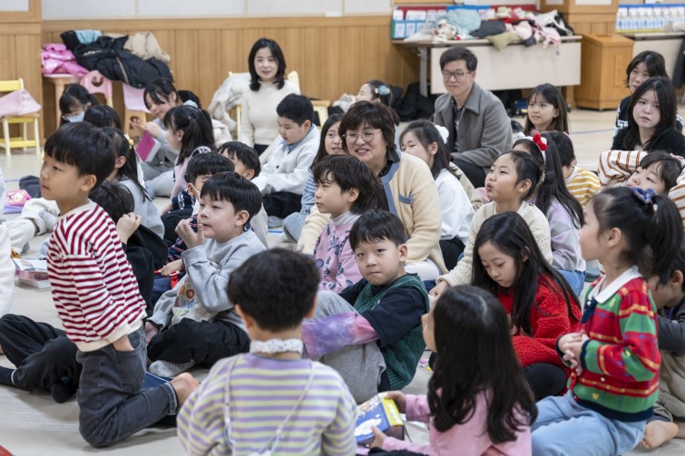 YTo1ODp7czo4OiJGaWxlTmFtZSI7czo0MDoiOTJkZDNkN2ItZGFmZS00Mzk0LWJlOTAtODZlYjkwMGNiYzJiLmpwZyI7czoxMjoiRmlsZURhdGVUaW1lIjtpOjE3Njc2NjY1ODY7czo4OiJGaWxlU2l6ZSI7aToxMzU1ODE5O3M6ODoiRmlsZVR5cGUiO2k6MjtzOjg6Ik1pbWVUeXBlIjtzOjEwOiJpbWFnZS9qcGVnIjtzOjEzOiJTZWN0aW9uc0ZvdW5kIjtzOjMwOiJBTllfVEFHLCBJRkQwLCBUSFVNQk5BSUwsIEVYSUYiO3M6ODoiQ09NUFVURUQiO2E6OTp7czo0OiJodG1sIjtzOjI2OiJ3aWR0aD0iMTY1NSIgaGVpZ2h0PSIxMTAzIiI7czo2OiJIZWlnaHQiO2k6MTEwMztzOjU6IldpZHRoIjtpOjE2NTU7czo3OiJJc0NvbG9yIjtpOjE7czoxNzoiQnl0ZU9yZGVyTW90b3JvbGEiO2k6MDtzOjE1OiJBcGVydHVyZUZOdW1iZXIiO3M6NToiZi80LjAiO3M6OToiQ29weXJpZ2h0IjtzOjQ6IllBQkMiO3M6MTg6IlRodW1ibmFpbC5GaWxlVHlwZSI7aToyO3M6MTg6IlRodW1ibmFpbC5NaW1lVHlwZSI7czoxMDoiaW1hZ2UvanBlZyI7fXM6NDoiTWFrZSI7czo0OiJTT05ZIjtzOjU6Ik1vZGVsIjtzOjg6IklMQ0UtN000IjtzOjExOiJYUmVzb2x1dGlvbiI7czo1OiIyNDAvMSI7czoxMToiWVJlc29sdXRpb24iO3M6NToiMjQwLzEiO3M6MTQ6IlJlc29sdXRpb25Vbml0IjtpOjI7czo4OiJTb2Z0d2FyZSI7czo1MDoiQWRvYmUgUGhvdG9zaG9wIExpZ2h0cm9vbSBDbGFzc2ljIDE1LjEgKE1hY2ludG9zaCkiO3M6ODoiRGF0ZVRpbWUiO3M6MTk6IjIwMjY6MDE6MDYgMTE6MjY6MzEiO3M6NjoiQXJ0aXN0IjtzOjc6IllBQkNfU0ciO3M6OToiQ29weXJpZ2h0IjtzOjQ6IllBQkMiO3M6MTY6IkV4aWZfSUZEX1BvaW50ZXIiO2k6MjUyO3M6OToiVEhVTUJOQUlMIjthOjY6e3M6MTE6IkNvbXByZXNzaW9uIjtpOjY7czoxMToiWFJlc29sdXRpb24iO3M6NDoiNzIvMSI7czoxMToiWVJlc29sdXRpb24iO3M6NDoiNzIvMSI7czoxNDoiUmVzb2x1dGlvblVuaXQiO2k6MjtzOjIxOiJKUEVHSW50ZXJjaGFuZ2VGb3JtYXQiO2k6MTAzODtzOjI3OiJKUEVHSW50ZXJjaGFuZ2VGb3JtYXRMZW5ndGgiO2k6MjI1OTM7fXM6MTI6IkV4cG9zdXJlVGltZSI7czo0OiIxLzgwIjtzOjc6IkZOdW1iZXIiO3M6MzoiNC8xIjtzOjE1OiJFeHBvc3VyZVByb2dyYW0iO2k6MTtzOjE1OiJJU09TcGVlZFJhdGluZ3MiO2k6MzIwO3M6MTk6IlVuZGVmaW5lZFRhZzoweDg4MzAiO2k6MjtzOjE5OiJVbmRlZmluZWRUYWc6MHg4ODMyIjtpOjMyMDtzOjExOiJFeGlmVmVyc2lvbiI7czo0OiIwMjMyIjtzOjE2OiJEYXRlVGltZU9yaWdpbmFsIjtzOjE5OiIyMDI2OjAxOjA0IDEyOjAwOjAzIjtzOjE3OiJEYXRlVGltZURpZ2l0aXplZCI7czoxOToiMjAyNjowMTowNCAxMjowMDowMyI7czoxOToiVW5kZWZpbmVkVGFnOjB4OTAxMCI7czo2OiIrMDk6MDAiO3M6MTk6IlVuZGVmaW5lZFRhZzoweDkwMTEiO3M6NjoiKzA5OjAwIjtzOjE5OiJVbmRlZmluZWRUYWc6MHg5MDEyIjtzOjY6IiswOTowMCI7czoxNzoiU2h1dHRlclNwZWVkVmFsdWUiO3M6MTU6IjYzMjE5MjgvMTAwMDAwMCI7czoxMzoiQXBlcnR1cmVWYWx1ZSI7czozOiI0LzEiO3M6MTU6IkJyaWdodG5lc3NWYWx1ZSI7czo5OiI2Njc0LzI1NjAiO3M6MTc6IkV4cG9zdXJlQmlhc1ZhbHVlIjtzOjQ6IjAvMTAiO3M6MTY6Ik1heEFwZXJ0dXJlVmFsdWUiO3M6NzoiNzYwLzI1NiI7czoxMjoiTWV0ZXJpbmdNb2RlIjtpOjU7czoxMToiTGlnaHRTb3VyY2UiO2k6MDtzOjU6IkZsYXNoIjtpOjE2O3M6MTE6IkZvY2FsTGVuZ3RoIjtzOjY6IjcwMC8xMCI7czoxODoiU3ViU2VjVGltZU9yaWdpbmFsIjtzOjM6IjY3OSI7czoxOToiU3ViU2VjVGltZURpZ2l0aXplZCI7czozOiI2NzkiO3M6MTA6IkNvbG9yU3BhY2UiO2k6NjU1MzU7czoyMToiRm9jYWxQbGFuZVhSZXNvbHV0aW9uIjtzOjE0OiI2NDQ0OTMzOS8zMjc2OCI7czoyMToiRm9jYWxQbGFuZVlSZXNvbHV0aW9uIjtzOjE0OiI2NDQ0OTMzOS8zMjc2OCI7czoyNDoiRm9jYWxQbGFuZVJlc29sdXRpb25Vbml0IjtpOjM7czoxMDoiRmlsZVNvdXJjZSI7czoxOiIDIjtzOjk6IlNjZW5lVHlwZSI7czoxOiIBIjtzOjE0OiJDdXN0b21SZW5kZXJlZCI7aTowO3M6MTI6IkV4cG9zdXJlTW9kZSI7aToxO3M6MTI6IldoaXRlQmFsYW5jZSI7aTowO3M6MTY6IkRpZ2l0YWxab29tUmF0aW8iO3M6NToiMTYvMTYiO3M6MjE6IkZvY2FsTGVuZ3RoSW4zNW1tRmlsbSI7aTo3MDtzOjE2OiJTY2VuZUNhcHR1cmVUeXBlIjtpOjA7czo4OiJDb250cmFzdCI7aTowO3M6MTA6IlNhdHVyYXRpb24iO2k6MDtzOjk6IlNoYXJwbmVzcyI7aTowO3M6MTk6IlVuZGVmaW5lZFRhZzoweEE0MzIiO2E6NDp7aTowO3M6NjoiMjQwLzEwIjtpOjE7czo2OiI3MDAvMTAiO2k6MjtzOjU6IjI4LzEwIjtpOjM7czo1OiIyOC8xMCI7fXM6MTk6IlVuZGVmaW5lZFRhZzoweEE0MzQiO3M6MjE6IkZFIDI0LTcwbW0gRjIuOCBHTSBJSSI7fQ==