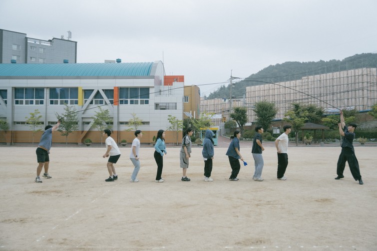 YTo1ODp7czo4OiJGaWxlTmFtZSI7czo0MDoiOTQ1ZmVjM2UtZGRkOC00Y2Y0LTg1MmYtOTVmMzE1ZTM3NTRlLmpwZyI7czoxMjoiRmlsZURhdGVUaW1lIjtpOjE3NjA1MTQyNzU7czo4OiJGaWxlU2l6ZSI7aToxMzY0NTcyO3M6ODoiRmlsZVR5cGUiO2k6MjtzOjg6Ik1pbWVUeXBlIjtzOjEwOiJpbWFnZS9qcGVnIjtzOjEzOiJTZWN0aW9uc0ZvdW5kIjtzOjMwOiJBTllfVEFHLCBJRkQwLCBUSFVNQk5BSUwsIEVYSUYiO3M6ODoiQ09NUFVURUQiO2E6OTp7czo0OiJodG1sIjtzOjI2OiJ3aWR0aD0iMTc1MiIgaGVpZ2h0PSIxMTY4IiI7czo2OiJIZWlnaHQiO2k6MTE2ODtzOjU6IldpZHRoIjtpOjE3NTI7czo3OiJJc0NvbG9yIjtpOjE7czoxNzoiQnl0ZU9yZGVyTW90b3JvbGEiO2k6MDtzOjE1OiJBcGVydHVyZUZOdW1iZXIiO3M6NToiZi8yLjgiO3M6OToiQ29weXJpZ2h0IjtzOjQ6IllBQkMiO3M6MTg6IlRodW1ibmFpbC5GaWxlVHlwZSI7aToyO3M6MTg6IlRodW1ibmFpbC5NaW1lVHlwZSI7czoxMDoiaW1hZ2UvanBlZyI7fXM6NDoiTWFrZSI7czo0OiJTT05ZIjtzOjU6Ik1vZGVsIjtzOjg6IklMQ0UtN000IjtzOjExOiJYUmVzb2x1dGlvbiI7czo1OiIyNDAvMSI7czoxMToiWVJlc29sdXRpb24iO3M6NToiMjQwLzEiO3M6MTQ6IlJlc29sdXRpb25Vbml0IjtpOjI7czo4OiJTb2Z0d2FyZSI7czo1MjoiQWRvYmUgUGhvdG9zaG9wIExpZ2h0cm9vbSBDbGFzc2ljIDE0LjUuMSAoTWFjaW50b3NoKSI7czo4OiJEYXRlVGltZSI7czoxOToiMjAyNToxMDoxMyAxMzozMzo1MiI7czo2OiJBcnRpc3QiO3M6NzoiWUFCQ19TRyI7czo5OiJDb3B5cmlnaHQiO3M6NDoiWUFCQyI7czoxNjoiRXhpZl9JRkRfUG9pbnRlciI7aToyNTQ7czo5OiJUSFVNQk5BSUwiO2E6Njp7czoxMToiQ29tcHJlc3Npb24iO2k6NjtzOjExOiJYUmVzb2x1dGlvbiI7czo0OiI3Mi8xIjtzOjExOiJZUmVzb2x1dGlvbiI7czo0OiI3Mi8xIjtzOjE0OiJSZXNvbHV0aW9uVW5pdCI7aToyO3M6MjE6IkpQRUdJbnRlcmNoYW5nZUZvcm1hdCI7aToxMDQwO3M6Mjc6IkpQRUdJbnRlcmNoYW5nZUZvcm1hdExlbmd0aCI7aToxMTYwNTt9czoxMjoiRXhwb3N1cmVUaW1lIjtzOjU6IjEvMzIwIjtzOjc6IkZOdW1iZXIiO3M6NToiMjgvMTAiO3M6MTU6IkV4cG9zdXJlUHJvZ3JhbSI7aToxO3M6MTU6IklTT1NwZWVkUmF0aW5ncyI7aTo0MDA7czoxOToiVW5kZWZpbmVkVGFnOjB4ODgzMCI7aToyO3M6MTk6IlVuZGVmaW5lZFRhZzoweDg4MzIiO2k6NDAwO3M6MTE6IkV4aWZWZXJzaW9uIjtzOjQ6IjAyMzIiO3M6MTY6IkRhdGVUaW1lT3JpZ2luYWwiO3M6MTk6IjIwMjU6MTA6MTIgMTU6MzA6NTUiO3M6MTc6IkRhdGVUaW1lRGlnaXRpemVkIjtzOjE5OiIyMDI1OjEwOjEyIDE1OjMwOjU1IjtzOjE5OiJVbmRlZmluZWRUYWc6MHg5MDEwIjtzOjY6IiswOTowMCI7czoxOToiVW5kZWZpbmVkVGFnOjB4OTAxMSI7czo2OiIrMDk6MDAiO3M6MTk6IlVuZGVmaW5lZFRhZzoweDkwMTIiO3M6NjoiKzA5OjAwIjtzOjE3OiJTaHV0dGVyU3BlZWRWYWx1ZSI7czoxNToiODMyMTkyOC8xMDAwMDAwIjtzOjEzOiJBcGVydHVyZVZhbHVlIjtzOjE1OiIyOTcwODU0LzEwMDAwMDAiO3M6MTU6IkJyaWdodG5lc3NWYWx1ZSI7czoxMDoiMTc0MTQvMjU2MCI7czoxNzoiRXhwb3N1cmVCaWFzVmFsdWUiO3M6NDoiMC8xMCI7czoxNjoiTWF4QXBlcnR1cmVWYWx1ZSI7czo3OiI3NjAvMjU2IjtzOjEyOiJNZXRlcmluZ01vZGUiO2k6NTtzOjExOiJMaWdodFNvdXJjZSI7aTowO3M6NToiRmxhc2giO2k6MTY7czoxMToiRm9jYWxMZW5ndGgiO3M6NjoiMjkwLzEwIjtzOjE4OiJTdWJTZWNUaW1lT3JpZ2luYWwiO3M6MzoiNzU5IjtzOjE5OiJTdWJTZWNUaW1lRGlnaXRpemVkIjtzOjM6Ijc1OSI7czoxMDoiQ29sb3JTcGFjZSI7aTo2NTUzNTtzOjIxOiJGb2NhbFBsYW5lWFJlc29sdXRpb24iO3M6MTQ6IjY0NDQ5MzM5LzMyNzY4IjtzOjIxOiJGb2NhbFBsYW5lWVJlc29sdXRpb24iO3M6MTQ6IjY0NDQ5MzM5LzMyNzY4IjtzOjI0OiJGb2NhbFBsYW5lUmVzb2x1dGlvblVuaXQiO2k6MztzOjEwOiJGaWxlU291cmNlIjtzOjE6IgMiO3M6OToiU2NlbmVUeXBlIjtzOjE6IgEiO3M6MTQ6IkN1c3RvbVJlbmRlcmVkIjtpOjA7czoxMjoiRXhwb3N1cmVNb2RlIjtpOjE7czoxMjoiV2hpdGVCYWxhbmNlIjtpOjE7czoxNjoiRGlnaXRhbFpvb21SYXRpbyI7czo1OiIxNi8xNiI7czoyMToiRm9jYWxMZW5ndGhJbjM1bW1GaWxtIjtpOjI5O3M6MTY6IlNjZW5lQ2FwdHVyZVR5cGUiO2k6MDtzOjg6IkNvbnRyYXN0IjtpOjA7czoxMDoiU2F0dXJhdGlvbiI7aTowO3M6OToiU2hhcnBuZXNzIjtpOjA7czoxOToiVW5kZWZpbmVkVGFnOjB4QTQzMiI7YTo0OntpOjA7czo2OiIyNDAvMTAiO2k6MTtzOjY6IjcwMC8xMCI7aToyO3M6NToiMjgvMTAiO2k6MztzOjU6IjI4LzEwIjt9czoxOToiVW5kZWZpbmVkVGFnOjB4QTQzNCI7czoyMToiRkUgMjQtNzBtbSBGMi44IEdNIElJIjt9