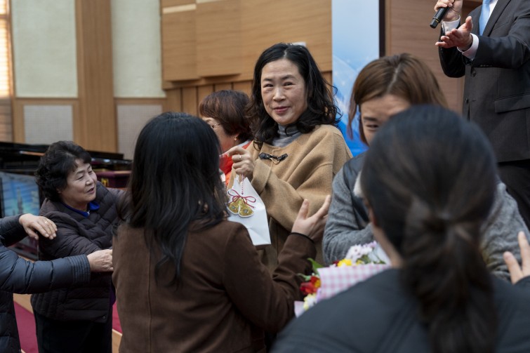 YTo1ODp7czo4OiJGaWxlTmFtZSI7czo0MDoiOTcwODFkZmQtYjQzNS00MzM0LWFiZmQtOTYxZTA2YzZmMGY4LmpwZyI7czoxMjoiRmlsZURhdGVUaW1lIjtpOjE3NjUxNjYxNjE7czo4OiJGaWxlU2l6ZSI7aToyMTY5Nzc2O3M6ODoiRmlsZVR5cGUiO2k6MjtzOjg6Ik1pbWVUeXBlIjtzOjEwOiJpbWFnZS9qcGVnIjtzOjEzOiJTZWN0aW9uc0ZvdW5kIjtzOjMwOiJBTllfVEFHLCBJRkQwLCBUSFVNQk5BSUwsIEVYSUYiO3M6ODoiQ09NUFVURUQiO2E6OTp7czo0OiJodG1sIjtzOjI2OiJ3aWR0aD0iMjQ1MCIgaGVpZ2h0PSIxNjMzIiI7czo2OiJIZWlnaHQiO2k6MTYzMztzOjU6IldpZHRoIjtpOjI0NTA7czo3OiJJc0NvbG9yIjtpOjE7czoxNzoiQnl0ZU9yZGVyTW90b3JvbGEiO2k6MDtzOjE1OiJBcGVydHVyZUZOdW1iZXIiO3M6NToiZi8zLjIiO3M6OToiQ29weXJpZ2h0IjtzOjQ6IllBQkMiO3M6MTg6IlRodW1ibmFpbC5GaWxlVHlwZSI7aToyO3M6MTg6IlRodW1ibmFpbC5NaW1lVHlwZSI7czoxMDoiaW1hZ2UvanBlZyI7fXM6NDoiTWFrZSI7czo0OiJTT05ZIjtzOjU6Ik1vZGVsIjtzOjg6IklMQ0UtN000IjtzOjExOiJYUmVzb2x1dGlvbiI7czo1OiIyNDAvMSI7czoxMToiWVJlc29sdXRpb24iO3M6NToiMjQwLzEiO3M6MTQ6IlJlc29sdXRpb25Vbml0IjtpOjI7czo4OiJTb2Z0d2FyZSI7czo1MjoiQWRvYmUgUGhvdG9zaG9wIExpZ2h0cm9vbSBDbGFzc2ljIDE0LjEuMSAoTWFjaW50b3NoKSI7czo4OiJEYXRlVGltZSI7czoxOToiMjAyNToxMjowOCAwMTowNzo1MCI7czo2OiJBcnRpc3QiO3M6NzoiWUFCQ19TRyI7czo5OiJDb3B5cmlnaHQiO3M6NDoiWUFCQyI7czoxNjoiRXhpZl9JRkRfUG9pbnRlciI7aToyNTQ7czo5OiJUSFVNQk5BSUwiO2E6Njp7czoxMToiQ29tcHJlc3Npb24iO2k6NjtzOjExOiJYUmVzb2x1dGlvbiI7czo0OiI3Mi8xIjtzOjExOiJZUmVzb2x1dGlvbiI7czo0OiI3Mi8xIjtzOjE0OiJSZXNvbHV0aW9uVW5pdCI7aToyO3M6MjE6IkpQRUdJbnRlcmNoYW5nZUZvcm1hdCI7aToxMDQwO3M6Mjc6IkpQRUdJbnRlcmNoYW5nZUZvcm1hdExlbmd0aCI7aToxMzg5ODt9czoxMjoiRXhwb3N1cmVUaW1lIjtzOjU6IjEvMjUwIjtzOjc6IkZOdW1iZXIiO3M6NToiMzIvMTAiO3M6MTU6IkV4cG9zdXJlUHJvZ3JhbSI7aToxO3M6MTU6IklTT1NwZWVkUmF0aW5ncyI7aTo2NDA7czoxOToiVW5kZWZpbmVkVGFnOjB4ODgzMCI7aToyO3M6MTk6IlVuZGVmaW5lZFRhZzoweDg4MzIiO2k6NjQwO3M6MTE6IkV4aWZWZXJzaW9uIjtzOjQ6IjAyMzIiO3M6MTY6IkRhdGVUaW1lT3JpZ2luYWwiO3M6MTk6IjIwMjU6MTI6MDcgMTI6NDU6MTAiO3M6MTc6IkRhdGVUaW1lRGlnaXRpemVkIjtzOjE5OiIyMDI1OjEyOjA3IDEyOjQ1OjEwIjtzOjE5OiJVbmRlZmluZWRUYWc6MHg5MDEwIjtzOjY6IiswOTowMCI7czoxOToiVW5kZWZpbmVkVGFnOjB4OTAxMSI7czo2OiIrMDk6MDAiO3M6MTk6IlVuZGVmaW5lZFRhZzoweDkwMTIiO3M6NjoiKzA5OjAwIjtzOjE3OiJTaHV0dGVyU3BlZWRWYWx1ZSI7czoxNToiNzk2NTc4NC8xMDAwMDAwIjtzOjEzOiJBcGVydHVyZVZhbHVlIjtzOjE1OiIzMzU2MTQ0LzEwMDAwMDAiO3M6MTU6IkJyaWdodG5lc3NWYWx1ZSI7czo5OiIzNDY0LzI1NjAiO3M6MTc6IkV4cG9zdXJlQmlhc1ZhbHVlIjtzOjQ6IjAvMTAiO3M6MTY6Ik1heEFwZXJ0dXJlVmFsdWUiO3M6NzoiNzYwLzI1NiI7czoxMjoiTWV0ZXJpbmdNb2RlIjtpOjU7czoxMToiTGlnaHRTb3VyY2UiO2k6MDtzOjU6IkZsYXNoIjtpOjEzO3M6MTE6IkZvY2FsTGVuZ3RoIjtzOjY6IjQ1MC8xMCI7czoxODoiU3ViU2VjVGltZU9yaWdpbmFsIjtzOjM6Ijg2MSI7czoxOToiU3ViU2VjVGltZURpZ2l0aXplZCI7czozOiI4NjEiO3M6MTA6IkNvbG9yU3BhY2UiO2k6NjU1MzU7czoyMToiRm9jYWxQbGFuZVhSZXNvbHV0aW9uIjtzOjE0OiI2NDQ0OTMzOS8zMjc2OCI7czoyMToiRm9jYWxQbGFuZVlSZXNvbHV0aW9uIjtzOjE0OiI2NDQ0OTMzOS8zMjc2OCI7czoyNDoiRm9jYWxQbGFuZVJlc29sdXRpb25Vbml0IjtpOjM7czoxMDoiRmlsZVNvdXJjZSI7czoxOiIDIjtzOjk6IlNjZW5lVHlwZSI7czoxOiIBIjtzOjE0OiJDdXN0b21SZW5kZXJlZCI7aTowO3M6MTI6IkV4cG9zdXJlTW9kZSI7aToxO3M6MTI6IldoaXRlQmFsYW5jZSI7aToxO3M6MTY6IkRpZ2l0YWxab29tUmF0aW8iO3M6NToiMTYvMTYiO3M6MjE6IkZvY2FsTGVuZ3RoSW4zNW1tRmlsbSI7aTo0NTtzOjE2OiJTY2VuZUNhcHR1cmVUeXBlIjtpOjA7czo4OiJDb250cmFzdCI7aTowO3M6MTA6IlNhdHVyYXRpb24iO2k6MDtzOjk6IlNoYXJwbmVzcyI7aTowO3M6MTk6IlVuZGVmaW5lZFRhZzoweEE0MzIiO2E6NDp7aTowO3M6NjoiMjQwLzEwIjtpOjE7czo2OiI3MDAvMTAiO2k6MjtzOjU6IjI4LzEwIjtpOjM7czo1OiIyOC8xMCI7fXM6MTk6IlVuZGVmaW5lZFRhZzoweEE0MzQiO3M6MjE6IkZFIDI0LTcwbW0gRjIuOCBHTSBJSSI7fQ==