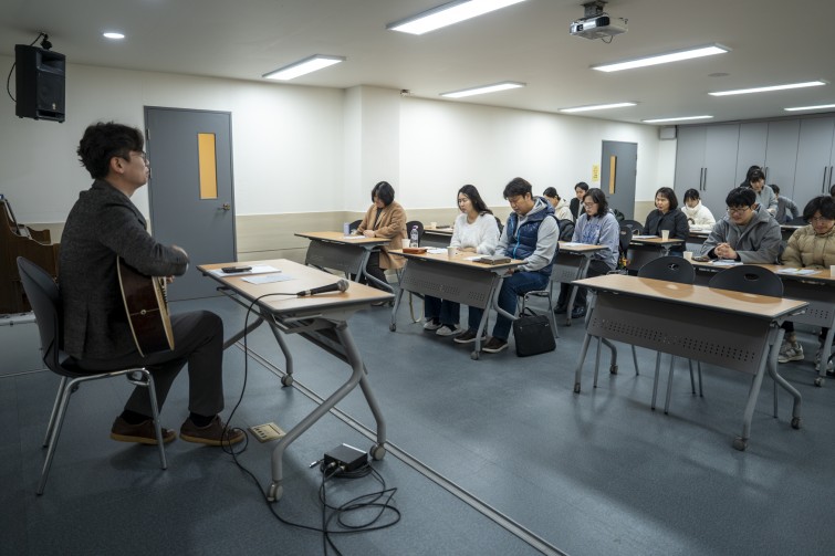 YTo1ODp7czo4OiJGaWxlTmFtZSI7czo0MDoiYTY0MDRmMzYtN2FlOS00YTZiLTllOGEtYWUzZTVjOWE2YjAzLmpwZyI7czoxMjoiRmlsZURhdGVUaW1lIjtpOjE3NzAxNjc4MDA7czo4OiJGaWxlU2l6ZSI7aToxMjE5MjU4O3M6ODoiRmlsZVR5cGUiO2k6MjtzOjg6Ik1pbWVUeXBlIjtzOjEwOiJpbWFnZS9qcGVnIjtzOjEzOiJTZWN0aW9uc0ZvdW5kIjtzOjMwOiJBTllfVEFHLCBJRkQwLCBUSFVNQk5BSUwsIEVYSUYiO3M6ODoiQ09NUFVURUQiO2E6OTp7czo0OiJodG1sIjtzOjI2OiJ3aWR0aD0iMTc1MiIgaGVpZ2h0PSIxMTY4IiI7czo2OiJIZWlnaHQiO2k6MTE2ODtzOjU6IldpZHRoIjtpOjE3NTI7czo3OiJJc0NvbG9yIjtpOjE7czoxNzoiQnl0ZU9yZGVyTW90b3JvbGEiO2k6MDtzOjE1OiJBcGVydHVyZUZOdW1iZXIiO3M6NToiZi8zLjIiO3M6OToiQ29weXJpZ2h0IjtzOjQ6IllBQkMiO3M6MTg6IlRodW1ibmFpbC5GaWxlVHlwZSI7aToyO3M6MTg6IlRodW1ibmFpbC5NaW1lVHlwZSI7czoxMDoiaW1hZ2UvanBlZyI7fXM6NDoiTWFrZSI7czo0OiJTT05ZIjtzOjU6Ik1vZGVsIjtzOjg6IklMQ0UtN000IjtzOjExOiJYUmVzb2x1dGlvbiI7czo1OiIyNDAvMSI7czoxMToiWVJlc29sdXRpb24iO3M6NToiMjQwLzEiO3M6MTQ6IlJlc29sdXRpb25Vbml0IjtpOjI7czo4OiJTb2Z0d2FyZSI7czo1MjoiQWRvYmUgUGhvdG9zaG9wIExpZ2h0cm9vbSBDbGFzc2ljIDE1LjEuMSAoTWFjaW50b3NoKSI7czo4OiJEYXRlVGltZSI7czoxOToiMjAyNjowMjowMyAxMDowMToyOCI7czo2OiJBcnRpc3QiO3M6NzoiWUFCQ19TRyI7czo5OiJDb3B5cmlnaHQiO3M6NDoiWUFCQyI7czoxNjoiRXhpZl9JRkRfUG9pbnRlciI7aToyNTQ7czo5OiJUSFVNQk5BSUwiO2E6Njp7czoxMToiQ29tcHJlc3Npb24iO2k6NjtzOjExOiJYUmVzb2x1dGlvbiI7czo0OiI3Mi8xIjtzOjExOiJZUmVzb2x1dGlvbiI7czo0OiI3Mi8xIjtzOjE0OiJSZXNvbHV0aW9uVW5pdCI7aToyO3M6MjE6IkpQRUdJbnRlcmNoYW5nZUZvcm1hdCI7aToxMDQwO3M6Mjc6IkpQRUdJbnRlcmNoYW5nZUZvcm1hdExlbmd0aCI7aToxMzE2Mzt9czoxMjoiRXhwb3N1cmVUaW1lIjtzOjQ6IjEvNjAiO3M6NzoiRk51bWJlciI7czo1OiIzMi8xMCI7czoxNToiRXhwb3N1cmVQcm9ncmFtIjtpOjE7czoxNToiSVNPU3BlZWRSYXRpbmdzIjtpOjE2MDtzOjE5OiJVbmRlZmluZWRUYWc6MHg4ODMwIjtpOjI7czoxOToiVW5kZWZpbmVkVGFnOjB4ODgzMiI7aToxNjA7czoxMToiRXhpZlZlcnNpb24iO3M6NDoiMDIzMiI7czoxNjoiRGF0ZVRpbWVPcmlnaW5hbCI7czoxOToiMjAyNjowMToxNyAxMDowMzo0NSI7czoxNzoiRGF0ZVRpbWVEaWdpdGl6ZWQiO3M6MTk6IjIwMjY6MDE6MTcgMTA6MDM6NDUiO3M6MTk6IlVuZGVmaW5lZFRhZzoweDkwMTAiO3M6NjoiKzA5OjAwIjtzOjE5OiJVbmRlZmluZWRUYWc6MHg5MDExIjtzOjY6IiswOTowMCI7czoxOToiVW5kZWZpbmVkVGFnOjB4OTAxMiI7czo2OiIrMDk6MDAiO3M6MTc6IlNodXR0ZXJTcGVlZFZhbHVlIjtzOjE1OiI1OTA2ODkxLzEwMDAwMDAiO3M6MTM6IkFwZXJ0dXJlVmFsdWUiO3M6MTU6IjMzNTYxNDQvMTAwMDAwMCI7czoxNToiQnJpZ2h0bmVzc1ZhbHVlIjtzOjk6Ijc2NzQvMjU2MCI7czoxNzoiRXhwb3N1cmVCaWFzVmFsdWUiO3M6NDoiMC8xMCI7czoxNjoiTWF4QXBlcnR1cmVWYWx1ZSI7czo3OiI3NjAvMjU2IjtzOjEyOiJNZXRlcmluZ01vZGUiO2k6NTtzOjExOiJMaWdodFNvdXJjZSI7aToyNTU7czo1OiJGbGFzaCI7aToxNjtzOjExOiJGb2NhbExlbmd0aCI7czo2OiIyNDAvMTAiO3M6MTg6IlN1YlNlY1RpbWVPcmlnaW5hbCI7czozOiIzNTIiO3M6MTk6IlN1YlNlY1RpbWVEaWdpdGl6ZWQiO3M6MzoiMzUyIjtzOjEwOiJDb2xvclNwYWNlIjtpOjY1NTM1O3M6MjE6IkZvY2FsUGxhbmVYUmVzb2x1dGlvbiI7czoxNDoiNjQ0NDkzMzkvMzI3NjgiO3M6MjE6IkZvY2FsUGxhbmVZUmVzb2x1dGlvbiI7czoxNDoiNjQ0NDkzMzkvMzI3NjgiO3M6MjQ6IkZvY2FsUGxhbmVSZXNvbHV0aW9uVW5pdCI7aTozO3M6MTA6IkZpbGVTb3VyY2UiO3M6MToiAyI7czo5OiJTY2VuZVR5cGUiO3M6MToiASI7czoxNDoiQ3VzdG9tUmVuZGVyZWQiO2k6MDtzOjEyOiJFeHBvc3VyZU1vZGUiO2k6MTtzOjEyOiJXaGl0ZUJhbGFuY2UiO2k6MTtzOjE2OiJEaWdpdGFsWm9vbVJhdGlvIjtzOjU6IjE2LzE2IjtzOjIxOiJGb2NhbExlbmd0aEluMzVtbUZpbG0iO2k6MjQ7czoxNjoiU2NlbmVDYXB0dXJlVHlwZSI7aTowO3M6ODoiQ29udHJhc3QiO2k6MTtzOjEwOiJTYXR1cmF0aW9uIjtpOjE7czo5OiJTaGFycG5lc3MiO2k6MDtzOjE5OiJVbmRlZmluZWRUYWc6MHhBNDMyIjthOjQ6e2k6MDtzOjY6IjI0MC8xMCI7aToxO3M6NjoiNzAwLzEwIjtpOjI7czo1OiIyOC8xMCI7aTozO3M6NToiMjgvMTAiO31zOjE5OiJVbmRlZmluZWRUYWc6MHhBNDM0IjtzOjIxOiJGRSAyNC03MG1tIEYyLjggR00gSUkiO30=