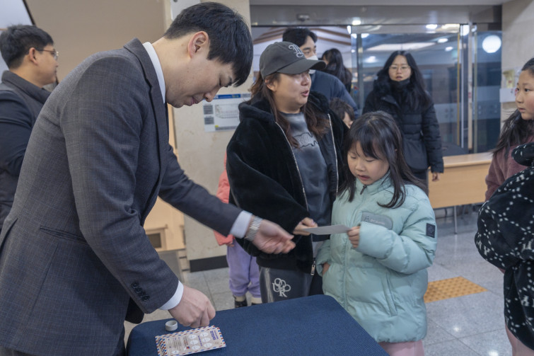 YTo1ODp7czo4OiJGaWxlTmFtZSI7czo0MDoiYWMwN2IwYzQtNzQyMi00NjhmLWI0ZmMtNzY3Mjg0M2IwZjMxLmpwZyI7czoxMjoiRmlsZURhdGVUaW1lIjtpOjE3Njc0Mjk5NDQ7czo4OiJGaWxlU2l6ZSI7aToxMDYxNTE1O3M6ODoiRmlsZVR5cGUiO2k6MjtzOjg6Ik1pbWVUeXBlIjtzOjEwOiJpbWFnZS9qcGVnIjtzOjEzOiJTZWN0aW9uc0ZvdW5kIjtzOjMwOiJBTllfVEFHLCBJRkQwLCBUSFVNQk5BSUwsIEVYSUYiO3M6ODoiQ09NUFVURUQiO2E6OTp7czo0OiJodG1sIjtzOjI2OiJ3aWR0aD0iMTUzMiIgaGVpZ2h0PSIxMDIxIiI7czo2OiJIZWlnaHQiO2k6MTAyMTtzOjU6IldpZHRoIjtpOjE1MzI7czo3OiJJc0NvbG9yIjtpOjE7czoxNzoiQnl0ZU9yZGVyTW90b3JvbGEiO2k6MDtzOjE1OiJBcGVydHVyZUZOdW1iZXIiO3M6NToiZi80LjAiO3M6OToiQ29weXJpZ2h0IjtzOjQ6IllBQkMiO3M6MTg6IlRodW1ibmFpbC5GaWxlVHlwZSI7aToyO3M6MTg6IlRodW1ibmFpbC5NaW1lVHlwZSI7czoxMDoiaW1hZ2UvanBlZyI7fXM6NDoiTWFrZSI7czo0OiJTT05ZIjtzOjU6Ik1vZGVsIjtzOjg6IklMQ0UtN000IjtzOjExOiJYUmVzb2x1dGlvbiI7czo1OiIyNDAvMSI7czoxMToiWVJlc29sdXRpb24iO3M6NToiMjQwLzEiO3M6MTQ6IlJlc29sdXRpb25Vbml0IjtpOjI7czo4OiJTb2Z0d2FyZSI7czo1MDoiQWRvYmUgUGhvdG9zaG9wIExpZ2h0cm9vbSBDbGFzc2ljIDE1LjEgKE1hY2ludG9zaCkiO3M6ODoiRGF0ZVRpbWUiO3M6MTk6IjIwMjY6MDE6MDMgMTc6MTA6MDAiO3M6NjoiQXJ0aXN0IjtzOjc6IllBQkNfU0ciO3M6OToiQ29weXJpZ2h0IjtzOjQ6IllBQkMiO3M6MTY6IkV4aWZfSUZEX1BvaW50ZXIiO2k6MjUyO3M6OToiVEhVTUJOQUlMIjthOjY6e3M6MTE6IkNvbXByZXNzaW9uIjtpOjY7czoxMToiWFJlc29sdXRpb24iO3M6NDoiNzIvMSI7czoxMToiWVJlc29sdXRpb24iO3M6NDoiNzIvMSI7czoxNDoiUmVzb2x1dGlvblVuaXQiO2k6MjtzOjIxOiJKUEVHSW50ZXJjaGFuZ2VGb3JtYXQiO2k6MTAzODtzOjI3OiJKUEVHSW50ZXJjaGFuZ2VGb3JtYXRMZW5ndGgiO2k6MTUwNDE7fXM6MTI6IkV4cG9zdXJlVGltZSI7czo0OiIxLzYwIjtzOjc6IkZOdW1iZXIiO3M6MzoiNC8xIjtzOjE1OiJFeHBvc3VyZVByb2dyYW0iO2k6MTtzOjE1OiJJU09TcGVlZFJhdGluZ3MiO2k6NTAwO3M6MTk6IlVuZGVmaW5lZFRhZzoweDg4MzAiO2k6MjtzOjE5OiJVbmRlZmluZWRUYWc6MHg4ODMyIjtpOjUwMDtzOjExOiJFeGlmVmVyc2lvbiI7czo0OiIwMjMyIjtzOjE2OiJEYXRlVGltZU9yaWdpbmFsIjtzOjE5OiIyMDI2OjAxOjAyIDA1OjUwOjU4IjtzOjE3OiJEYXRlVGltZURpZ2l0aXplZCI7czoxOToiMjAyNjowMTowMiAwNTo1MDo1OCI7czoxOToiVW5kZWZpbmVkVGFnOjB4OTAxMCI7czo2OiIrMDk6MDAiO3M6MTk6IlVuZGVmaW5lZFRhZzoweDkwMTEiO3M6NjoiKzA5OjAwIjtzOjE5OiJVbmRlZmluZWRUYWc6MHg5MDEyIjtzOjY6IiswOTowMCI7czoxNzoiU2h1dHRlclNwZWVkVmFsdWUiO3M6MTU6IjU5MDY4OTEvMTAwMDAwMCI7czoxMzoiQXBlcnR1cmVWYWx1ZSI7czozOiI0LzEiO3M6MTU6IkJyaWdodG5lc3NWYWx1ZSI7czo5OiIyMjI0LzI1NjAiO3M6MTc6IkV4cG9zdXJlQmlhc1ZhbHVlIjtzOjQ6IjAvMTAiO3M6MTY6Ik1heEFwZXJ0dXJlVmFsdWUiO3M6NzoiNzYwLzI1NiI7czoxMjoiTWV0ZXJpbmdNb2RlIjtpOjU7czoxMToiTGlnaHRTb3VyY2UiO2k6MDtzOjU6IkZsYXNoIjtpOjE2O3M6MTE6IkZvY2FsTGVuZ3RoIjtzOjY6IjI2MC8xMCI7czoxODoiU3ViU2VjVGltZU9yaWdpbmFsIjtzOjM6IjgyMSI7czoxOToiU3ViU2VjVGltZURpZ2l0aXplZCI7czozOiI4MjEiO3M6MTA6IkNvbG9yU3BhY2UiO2k6NjU1MzU7czoyMToiRm9jYWxQbGFuZVhSZXNvbHV0aW9uIjtzOjE0OiI2NDQ0OTMzOS8zMjc2OCI7czoyMToiRm9jYWxQbGFuZVlSZXNvbHV0aW9uIjtzOjE0OiI2NDQ0OTMzOS8zMjc2OCI7czoyNDoiRm9jYWxQbGFuZVJlc29sdXRpb25Vbml0IjtpOjM7czoxMDoiRmlsZVNvdXJjZSI7czoxOiIDIjtzOjk6IlNjZW5lVHlwZSI7czoxOiIBIjtzOjE0OiJDdXN0b21SZW5kZXJlZCI7aTowO3M6MTI6IkV4cG9zdXJlTW9kZSI7aToxO3M6MTI6IldoaXRlQmFsYW5jZSI7aTowO3M6MTY6IkRpZ2l0YWxab29tUmF0aW8iO3M6NToiMTYvMTYiO3M6MjE6IkZvY2FsTGVuZ3RoSW4zNW1tRmlsbSI7aToyNjtzOjE2OiJTY2VuZUNhcHR1cmVUeXBlIjtpOjA7czo4OiJDb250cmFzdCI7aTowO3M6MTA6IlNhdHVyYXRpb24iO2k6MDtzOjk6IlNoYXJwbmVzcyI7aTowO3M6MTk6IlVuZGVmaW5lZFRhZzoweEE0MzIiO2E6NDp7aTowO3M6NjoiMjQwLzEwIjtpOjE7czo2OiI3MDAvMTAiO2k6MjtzOjU6IjI4LzEwIjtpOjM7czo1OiIyOC8xMCI7fXM6MTk6IlVuZGVmaW5lZFRhZzoweEE0MzQiO3M6MjE6IkZFIDI0LTcwbW0gRjIuOCBHTSBJSSI7fQ==