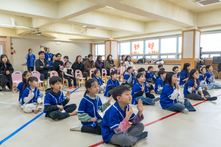 YTo1NDp7czo4OiJGaWxlTmFtZSI7czo0MDoiYjAwMjRjNTgtZjI5Zi00MzY1LWI5N2MtYWY5NmI4NWQ5NTYwLmpwZyI7czoxMjoiRmlsZURhdGVUaW1lIjtpOjE3NzM4MDk1MTA7czo4OiJGaWxlU2l6ZSI7aToyMjE3NjI3O3M6ODoiRmlsZVR5cGUiO2k6MjtzOjg6Ik1pbWVUeXBlIjtzOjEwOiJpbWFnZS9qcGVnIjtzOjEzOiJTZWN0aW9uc0ZvdW5kIjtzOjMwOiJBTllfVEFHLCBJRkQwLCBUSFVNQk5BSUwsIEVYSUYiO3M6ODoiQ09NUFVURUQiO2E6ODp7czo0OiJodG1sIjtzOjI2OiJ3aWR0aD0iMjEwMCIgaGVpZ2h0PSIxNDAwIiI7czo2OiJIZWlnaHQiO2k6MTQwMDtzOjU6IldpZHRoIjtpOjIxMDA7czo3OiJJc0NvbG9yIjtpOjE7czoxNzoiQnl0ZU9yZGVyTW90b3JvbGEiO2k6MDtzOjE1OiJBcGVydHVyZUZOdW1iZXIiO3M6NToiZi8yLjgiO3M6MTg6IlRodW1ibmFpbC5GaWxlVHlwZSI7aToyO3M6MTg6IlRodW1ibmFpbC5NaW1lVHlwZSI7czoxMDoiaW1hZ2UvanBlZyI7fXM6NDoiTWFrZSI7czo0OiJTT05ZIjtzOjU6Ik1vZGVsIjtzOjk6IklMQ0UtNjQwMCI7czoxMToiWFJlc29sdXRpb24iO3M6NToiMjQwLzEiO3M6MTE6IllSZXNvbHV0aW9uIjtzOjU6IjI0MC8xIjtzOjE0OiJSZXNvbHV0aW9uVW5pdCI7aToyO3M6ODoiU29mdHdhcmUiO3M6NTA6IkFkb2JlIFBob3Rvc2hvcCBMaWdodHJvb20gQ2xhc3NpYyAxNS4yIChNYWNpbnRvc2gpIjtzOjg6IkRhdGVUaW1lIjtzOjE5OiIyMDI2OjAzOjE3IDExOjIwOjI5IjtzOjE2OiJFeGlmX0lGRF9Qb2ludGVyIjtpOjIxNDtzOjk6IlRIVU1CTkFJTCI7YTo2OntzOjExOiJDb21wcmVzc2lvbiI7aTo2O3M6MTE6IlhSZXNvbHV0aW9uIjtzOjQ6IjcyLzEiO3M6MTE6IllSZXNvbHV0aW9uIjtzOjQ6IjcyLzEiO3M6MTQ6IlJlc29sdXRpb25Vbml0IjtpOjI7czoyMToiSlBFR0ludGVyY2hhbmdlRm9ybWF0IjtpOjk3NjtzOjI3OiJKUEVHSW50ZXJjaGFuZ2VGb3JtYXRMZW5ndGgiO2k6MTk2MDQ7fXM6MTI6IkV4cG9zdXJlVGltZSI7czo1OiIxLzIwMCI7czo3OiJGTnVtYmVyIjtzOjU6IjI4LzEwIjtzOjE1OiJFeHBvc3VyZVByb2dyYW0iO2k6MTtzOjE1OiJJU09TcGVlZFJhdGluZ3MiO2k6NDAwO3M6MTk6IlVuZGVmaW5lZFRhZzoweDg4MzAiO2k6MjtzOjE5OiJVbmRlZmluZWRUYWc6MHg4ODMyIjtpOjQwMDtzOjExOiJFeGlmVmVyc2lvbiI7czo0OiIwMjMxIjtzOjE2OiJEYXRlVGltZU9yaWdpbmFsIjtzOjE5OiIyMDE5OjExOjEyIDAyOjE4OjExIjtzOjE3OiJEYXRlVGltZURpZ2l0aXplZCI7czoxOToiMjAxOToxMToxMiAwMjoxODoxMSI7czoxOToiVW5kZWZpbmVkVGFnOjB4OTAxMCI7czo2OiIrMDk6MDAiO3M6MTk6IlVuZGVmaW5lZFRhZzoweDkwMTEiO3M6NjoiKzA5OjAwIjtzOjE5OiJVbmRlZmluZWRUYWc6MHg5MDEyIjtzOjY6IiswOTowMCI7czoxNzoiU2h1dHRlclNwZWVkVmFsdWUiO3M6MTU6Ijc2NDM4NTYvMTAwMDAwMCI7czoxMzoiQXBlcnR1cmVWYWx1ZSI7czoxNToiMjk3MDg1NC8xMDAwMDAwIjtzOjE1OiJCcmlnaHRuZXNzVmFsdWUiO3M6MTA6IjEwOTg0LzI1NjAiO3M6MTc6IkV4cG9zdXJlQmlhc1ZhbHVlIjtzOjQ6IjAvMTAiO3M6MTY6Ik1heEFwZXJ0dXJlVmFsdWUiO3M6NzoiNzYwLzI1NiI7czoxMjoiTWV0ZXJpbmdNb2RlIjtpOjU7czoxMToiTGlnaHRTb3VyY2UiO2k6MDtzOjU6IkZsYXNoIjtpOjE2O3M6MTE6IkZvY2FsTGVuZ3RoIjtzOjY6IjE5MC8xMCI7czoxMDoiQ29sb3JTcGFjZSI7aToxO3M6MjE6IkZvY2FsUGxhbmVYUmVzb2x1dGlvbiI7czoxNDoiODM2NjI5NzkvMzI3NjgiO3M6MjE6IkZvY2FsUGxhbmVZUmVzb2x1dGlvbiI7czoxNDoiODM2NjI5NzkvMzI3NjgiO3M6MjQ6IkZvY2FsUGxhbmVSZXNvbHV0aW9uVW5pdCI7aTozO3M6MTA6IkZpbGVTb3VyY2UiO3M6MToiAyI7czo5OiJTY2VuZVR5cGUiO3M6MToiASI7czoxNDoiQ3VzdG9tUmVuZGVyZWQiO2k6MDtzOjEyOiJFeHBvc3VyZU1vZGUiO2k6MTtzOjEyOiJXaGl0ZUJhbGFuY2UiO2k6MDtzOjE2OiJEaWdpdGFsWm9vbVJhdGlvIjtzOjU6IjE2LzE2IjtzOjIxOiJGb2NhbExlbmd0aEluMzVtbUZpbG0iO2k6Mjg7czoxNjoiU2NlbmVDYXB0dXJlVHlwZSI7aTowO3M6ODoiQ29udHJhc3QiO2k6MDtzOjEwOiJTYXR1cmF0aW9uIjtpOjA7czo5OiJTaGFycG5lc3MiO2k6MDtzOjE5OiJVbmRlZmluZWRUYWc6MHhBNDMyIjthOjQ6e2k6MDtzOjY6IjE2MC8xMCI7aToxO3M6NjoiMzUwLzEwIjtpOjI7czo1OiIyOC8xMCI7aTozO3M6NToiMjgvMTAiO31zOjE5OiJVbmRlZmluZWRUYWc6MHhBNDM0IjtzOjIxOiJGRSAxNi0zNW1tIEYyLjggR00gSUkiO30=