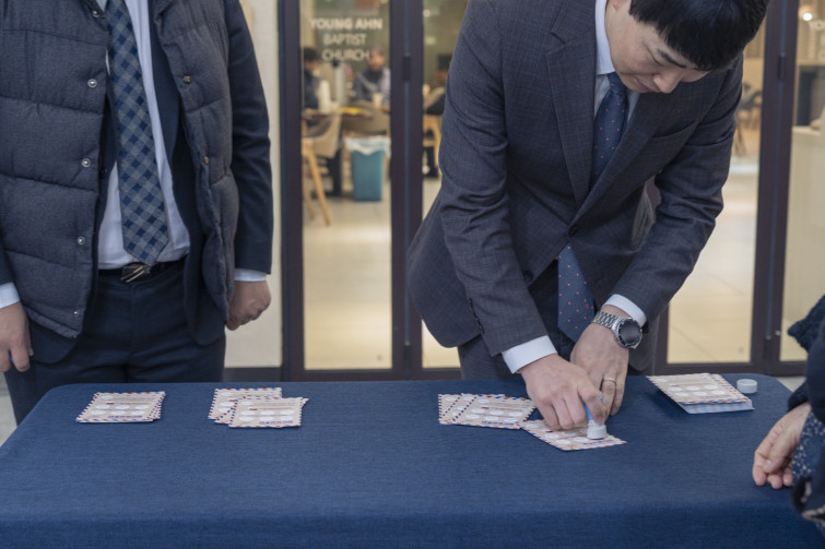 YTo1ODp7czo4OiJGaWxlTmFtZSI7czo0MDoiYjBhYmRiNWUtZWNkMS00ODczLWIxNTktNzdiY2I5Y2ViMDI3LmpwZyI7czoxMjoiRmlsZURhdGVUaW1lIjtpOjE3Njc0Mjk5NDM7czo4OiJGaWxlU2l6ZSI7aToxMDA1NDk5O3M6ODoiRmlsZVR5cGUiO2k6MjtzOjg6Ik1pbWVUeXBlIjtzOjEwOiJpbWFnZS9qcGVnIjtzOjEzOiJTZWN0aW9uc0ZvdW5kIjtzOjMwOiJBTllfVEFHLCBJRkQwLCBUSFVNQk5BSUwsIEVYSUYiO3M6ODoiQ09NUFVURUQiO2E6OTp7czo0OiJodG1sIjtzOjI2OiJ3aWR0aD0iMTUzMiIgaGVpZ2h0PSIxMDIxIiI7czo2OiJIZWlnaHQiO2k6MTAyMTtzOjU6IldpZHRoIjtpOjE1MzI7czo3OiJJc0NvbG9yIjtpOjE7czoxNzoiQnl0ZU9yZGVyTW90b3JvbGEiO2k6MDtzOjE1OiJBcGVydHVyZUZOdW1iZXIiO3M6NToiZi80LjAiO3M6OToiQ29weXJpZ2h0IjtzOjQ6IllBQkMiO3M6MTg6IlRodW1ibmFpbC5GaWxlVHlwZSI7aToyO3M6MTg6IlRodW1ibmFpbC5NaW1lVHlwZSI7czoxMDoiaW1hZ2UvanBlZyI7fXM6NDoiTWFrZSI7czo0OiJTT05ZIjtzOjU6Ik1vZGVsIjtzOjg6IklMQ0UtN000IjtzOjExOiJYUmVzb2x1dGlvbiI7czo1OiIyNDAvMSI7czoxMToiWVJlc29sdXRpb24iO3M6NToiMjQwLzEiO3M6MTQ6IlJlc29sdXRpb25Vbml0IjtpOjI7czo4OiJTb2Z0d2FyZSI7czo1MDoiQWRvYmUgUGhvdG9zaG9wIExpZ2h0cm9vbSBDbGFzc2ljIDE1LjEgKE1hY2ludG9zaCkiO3M6ODoiRGF0ZVRpbWUiO3M6MTk6IjIwMjY6MDE6MDMgMTc6MDk6NTEiO3M6NjoiQXJ0aXN0IjtzOjc6IllBQkNfU0ciO3M6OToiQ29weXJpZ2h0IjtzOjQ6IllBQkMiO3M6MTY6IkV4aWZfSUZEX1BvaW50ZXIiO2k6MjUyO3M6OToiVEhVTUJOQUlMIjthOjY6e3M6MTE6IkNvbXByZXNzaW9uIjtpOjY7czoxMToiWFJlc29sdXRpb24iO3M6NDoiNzIvMSI7czoxMToiWVJlc29sdXRpb24iO3M6NDoiNzIvMSI7czoxNDoiUmVzb2x1dGlvblVuaXQiO2k6MjtzOjIxOiJKUEVHSW50ZXJjaGFuZ2VGb3JtYXQiO2k6MTAzODtzOjI3OiJKUEVHSW50ZXJjaGFuZ2VGb3JtYXRMZW5ndGgiO2k6MTMyNTg7fXM6MTI6IkV4cG9zdXJlVGltZSI7czo0OiIxLzYwIjtzOjc6IkZOdW1iZXIiO3M6MzoiNC8xIjtzOjE1OiJFeHBvc3VyZVByb2dyYW0iO2k6MTtzOjE1OiJJU09TcGVlZFJhdGluZ3MiO2k6NTAwO3M6MTk6IlVuZGVmaW5lZFRhZzoweDg4MzAiO2k6MjtzOjE5OiJVbmRlZmluZWRUYWc6MHg4ODMyIjtpOjUwMDtzOjExOiJFeGlmVmVyc2lvbiI7czo0OiIwMjMyIjtzOjE2OiJEYXRlVGltZU9yaWdpbmFsIjtzOjE5OiIyMDI2OjAxOjAyIDA1OjM4OjA5IjtzOjE3OiJEYXRlVGltZURpZ2l0aXplZCI7czoxOToiMjAyNjowMTowMiAwNTozODowOSI7czoxOToiVW5kZWZpbmVkVGFnOjB4OTAxMCI7czo2OiIrMDk6MDAiO3M6MTk6IlVuZGVmaW5lZFRhZzoweDkwMTEiO3M6NjoiKzA5OjAwIjtzOjE5OiJVbmRlZmluZWRUYWc6MHg5MDEyIjtzOjY6IiswOTowMCI7czoxNzoiU2h1dHRlclNwZWVkVmFsdWUiO3M6MTU6IjU5MDY4OTEvMTAwMDAwMCI7czoxMzoiQXBlcnR1cmVWYWx1ZSI7czozOiI0LzEiO3M6MTU6IkJyaWdodG5lc3NWYWx1ZSI7czo5OiIxMzc0LzI1NjAiO3M6MTc6IkV4cG9zdXJlQmlhc1ZhbHVlIjtzOjQ6IjAvMTAiO3M6MTY6Ik1heEFwZXJ0dXJlVmFsdWUiO3M6NzoiNzYwLzI1NiI7czoxMjoiTWV0ZXJpbmdNb2RlIjtpOjU7czoxMToiTGlnaHRTb3VyY2UiO2k6MDtzOjU6IkZsYXNoIjtpOjE2O3M6MTE6IkZvY2FsTGVuZ3RoIjtzOjY6IjQ1MC8xMCI7czoxODoiU3ViU2VjVGltZU9yaWdpbmFsIjtzOjM6IjY0OSI7czoxOToiU3ViU2VjVGltZURpZ2l0aXplZCI7czozOiI2NDkiO3M6MTA6IkNvbG9yU3BhY2UiO2k6NjU1MzU7czoyMToiRm9jYWxQbGFuZVhSZXNvbHV0aW9uIjtzOjE0OiI2NDQ0OTMzOS8zMjc2OCI7czoyMToiRm9jYWxQbGFuZVlSZXNvbHV0aW9uIjtzOjE0OiI2NDQ0OTMzOS8zMjc2OCI7czoyNDoiRm9jYWxQbGFuZVJlc29sdXRpb25Vbml0IjtpOjM7czoxMDoiRmlsZVNvdXJjZSI7czoxOiIDIjtzOjk6IlNjZW5lVHlwZSI7czoxOiIBIjtzOjE0OiJDdXN0b21SZW5kZXJlZCI7aTowO3M6MTI6IkV4cG9zdXJlTW9kZSI7aToxO3M6MTI6IldoaXRlQmFsYW5jZSI7aTowO3M6MTY6IkRpZ2l0YWxab29tUmF0aW8iO3M6NToiMTYvMTYiO3M6MjE6IkZvY2FsTGVuZ3RoSW4zNW1tRmlsbSI7aTo0NTtzOjE2OiJTY2VuZUNhcHR1cmVUeXBlIjtpOjA7czo4OiJDb250cmFzdCI7aTowO3M6MTA6IlNhdHVyYXRpb24iO2k6MDtzOjk6IlNoYXJwbmVzcyI7aTowO3M6MTk6IlVuZGVmaW5lZFRhZzoweEE0MzIiO2E6NDp7aTowO3M6NjoiMjQwLzEwIjtpOjE7czo2OiI3MDAvMTAiO2k6MjtzOjU6IjI4LzEwIjtpOjM7czo1OiIyOC8xMCI7fXM6MTk6IlVuZGVmaW5lZFRhZzoweEE0MzQiO3M6MjE6IkZFIDI0LTcwbW0gRjIuOCBHTSBJSSI7fQ==