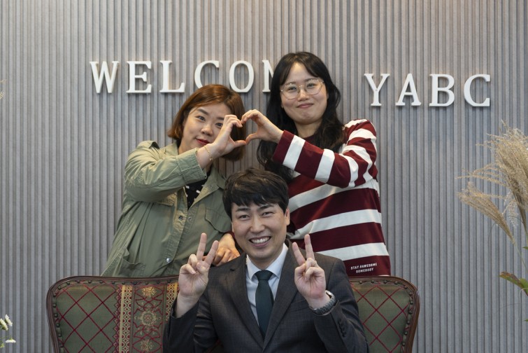 YTo1ODp7czo4OiJGaWxlTmFtZSI7czo0MDoiYjg0MDJlYmEtODA1MC00NjY1LWJmNTgtZWQzNWM3MGZmZGYwLmpwZyI7czoxMjoiRmlsZURhdGVUaW1lIjtpOjE3NjIyNDU1Njg7czo4OiJGaWxlU2l6ZSI7aTo5MDgzOTU7czo4OiJGaWxlVHlwZSI7aToyO3M6ODoiTWltZVR5cGUiO3M6MTA6ImltYWdlL2pwZWciO3M6MTM6IlNlY3Rpb25zRm91bmQiO3M6MzA6IkFOWV9UQUcsIElGRDAsIFRIVU1CTkFJTCwgRVhJRiI7czo4OiJDT01QVVRFRCI7YTo5OntzOjQ6Imh0bWwiO3M6MjU6IndpZHRoPSIxMzQ1IiBoZWlnaHQ9Ijg5NyIiO3M6NjoiSGVpZ2h0IjtpOjg5NztzOjU6IldpZHRoIjtpOjEzNDU7czo3OiJJc0NvbG9yIjtpOjE7czoxNzoiQnl0ZU9yZGVyTW90b3JvbGEiO2k6MDtzOjE1OiJBcGVydHVyZUZOdW1iZXIiO3M6NToiZi8zLjIiO3M6OToiQ29weXJpZ2h0IjtzOjQ6IllBQkMiO3M6MTg6IlRodW1ibmFpbC5GaWxlVHlwZSI7aToyO3M6MTg6IlRodW1ibmFpbC5NaW1lVHlwZSI7czoxMDoiaW1hZ2UvanBlZyI7fXM6NDoiTWFrZSI7czo0OiJTT05ZIjtzOjU6Ik1vZGVsIjtzOjg6IklMQ0UtN000IjtzOjExOiJYUmVzb2x1dGlvbiI7czo1OiIyNDAvMSI7czoxMToiWVJlc29sdXRpb24iO3M6NToiMjQwLzEiO3M6MTQ6IlJlc29sdXRpb25Vbml0IjtpOjI7czo4OiJTb2Z0d2FyZSI7czo1MDoiQWRvYmUgUGhvdG9zaG9wIExpZ2h0cm9vbSBDbGFzc2ljIDE1LjAgKE1hY2ludG9zaCkiO3M6ODoiRGF0ZVRpbWUiO3M6MTk6IjIwMjU6MTE6MDQgMTQ6MDc6MjIiO3M6NjoiQXJ0aXN0IjtzOjc6IllBQkNfU0ciO3M6OToiQ29weXJpZ2h0IjtzOjQ6IllBQkMiO3M6MTY6IkV4aWZfSUZEX1BvaW50ZXIiO2k6MjUyO3M6OToiVEhVTUJOQUlMIjthOjY6e3M6MTE6IkNvbXByZXNzaW9uIjtpOjY7czoxMToiWFJlc29sdXRpb24iO3M6NDoiNzIvMSI7czoxMToiWVJlc29sdXRpb24iO3M6NDoiNzIvMSI7czoxNDoiUmVzb2x1dGlvblVuaXQiO2k6MjtzOjIxOiJKUEVHSW50ZXJjaGFuZ2VGb3JtYXQiO2k6MTAzODtzOjI3OiJKUEVHSW50ZXJjaGFuZ2VGb3JtYXRMZW5ndGgiO2k6MTQ4MzQ7fXM6MTI6IkV4cG9zdXJlVGltZSI7czo0OiIxLzYwIjtzOjc6IkZOdW1iZXIiO3M6NToiMzIvMTAiO3M6MTU6IkV4cG9zdXJlUHJvZ3JhbSI7aToxO3M6MTU6IklTT1NwZWVkUmF0aW5ncyI7aTozMjA7czoxOToiVW5kZWZpbmVkVGFnOjB4ODgzMCI7aToyO3M6MTk6IlVuZGVmaW5lZFRhZzoweDg4MzIiO2k6MzIwO3M6MTE6IkV4aWZWZXJzaW9uIjtzOjQ6IjAyMzIiO3M6MTY6IkRhdGVUaW1lT3JpZ2luYWwiO3M6MTk6IjIwMjU6MTA6MjYgMTM6MDI6NTIiO3M6MTc6IkRhdGVUaW1lRGlnaXRpemVkIjtzOjE5OiIyMDI1OjEwOjI2IDEzOjAyOjUyIjtzOjE5OiJVbmRlZmluZWRUYWc6MHg5MDEwIjtzOjY6IiswOTowMCI7czoxOToiVW5kZWZpbmVkVGFnOjB4OTAxMSI7czo2OiIrMDk6MDAiO3M6MTk6IlVuZGVmaW5lZFRhZzoweDkwMTIiO3M6NjoiKzA5OjAwIjtzOjE3OiJTaHV0dGVyU3BlZWRWYWx1ZSI7czoxNToiNTkwNjg5MS8xMDAwMDAwIjtzOjEzOiJBcGVydHVyZVZhbHVlIjtzOjE1OiIzMzU2MTQ0LzEwMDAwMDAiO3M6MTU6IkJyaWdodG5lc3NWYWx1ZSI7czo5OiI1MDc0LzI1NjAiO3M6MTc6IkV4cG9zdXJlQmlhc1ZhbHVlIjtzOjQ6IjAvMTAiO3M6MTY6Ik1heEFwZXJ0dXJlVmFsdWUiO3M6NzoiNzYwLzI1NiI7czoxMjoiTWV0ZXJpbmdNb2RlIjtpOjU7czoxMToiTGlnaHRTb3VyY2UiO2k6MDtzOjU6IkZsYXNoIjtpOjEzO3M6MTE6IkZvY2FsTGVuZ3RoIjtzOjY6IjcwMC8xMCI7czoxODoiU3ViU2VjVGltZU9yaWdpbmFsIjtzOjM6IjUwNiI7czoxOToiU3ViU2VjVGltZURpZ2l0aXplZCI7czozOiI1MDYiO3M6MTA6IkNvbG9yU3BhY2UiO2k6NjU1MzU7czoyMToiRm9jYWxQbGFuZVhSZXNvbHV0aW9uIjtzOjE0OiI2NDQ0OTMzOS8zMjc2OCI7czoyMToiRm9jYWxQbGFuZVlSZXNvbHV0aW9uIjtzOjE0OiI2NDQ0OTMzOS8zMjc2OCI7czoyNDoiRm9jYWxQbGFuZVJlc29sdXRpb25Vbml0IjtpOjM7czoxMDoiRmlsZVNvdXJjZSI7czoxOiIDIjtzOjk6IlNjZW5lVHlwZSI7czoxOiIBIjtzOjE0OiJDdXN0b21SZW5kZXJlZCI7aTowO3M6MTI6IkV4cG9zdXJlTW9kZSI7aToxO3M6MTI6IldoaXRlQmFsYW5jZSI7aToxO3M6MTY6IkRpZ2l0YWxab29tUmF0aW8iO3M6NToiMTYvMTYiO3M6MjE6IkZvY2FsTGVuZ3RoSW4zNW1tRmlsbSI7aTo3MDtzOjE2OiJTY2VuZUNhcHR1cmVUeXBlIjtpOjA7czo4OiJDb250cmFzdCI7aTowO3M6MTA6IlNhdHVyYXRpb24iO2k6MDtzOjk6IlNoYXJwbmVzcyI7aTowO3M6MTk6IlVuZGVmaW5lZFRhZzoweEE0MzIiO2E6NDp7aTowO3M6NjoiMjQwLzEwIjtpOjE7czo2OiI3MDAvMTAiO2k6MjtzOjU6IjI4LzEwIjtpOjM7czo1OiIyOC8xMCI7fXM6MTk6IlVuZGVmaW5lZFRhZzoweEE0MzQiO3M6MjE6IkZFIDI0LTcwbW0gRjIuOCBHTSBJSSI7fQ==