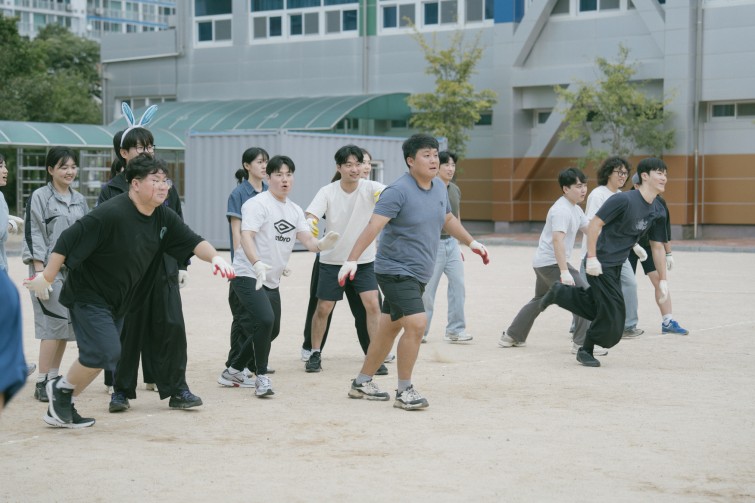 YTo1ODp7czo4OiJGaWxlTmFtZSI7czo0MDoiYmRkOWRjMzctZmRmNS00NDMwLWFlYjMtMDJjNTk0Yjk2OTdmLmpwZyI7czoxMjoiRmlsZURhdGVUaW1lIjtpOjE3NjA1MTQyNzI7czo4OiJGaWxlU2l6ZSI7aToxMzM0OTQ4O3M6ODoiRmlsZVR5cGUiO2k6MjtzOjg6Ik1pbWVUeXBlIjtzOjEwOiJpbWFnZS9qcGVnIjtzOjEzOiJTZWN0aW9uc0ZvdW5kIjtzOjMwOiJBTllfVEFHLCBJRkQwLCBUSFVNQk5BSUwsIEVYSUYiO3M6ODoiQ09NUFVURUQiO2E6OTp7czo0OiJodG1sIjtzOjI2OiJ3aWR0aD0iMTc1MiIgaGVpZ2h0PSIxMTY4IiI7czo2OiJIZWlnaHQiO2k6MTE2ODtzOjU6IldpZHRoIjtpOjE3NTI7czo3OiJJc0NvbG9yIjtpOjE7czoxNzoiQnl0ZU9yZGVyTW90b3JvbGEiO2k6MDtzOjE1OiJBcGVydHVyZUZOdW1iZXIiO3M6NToiZi8yLjgiO3M6OToiQ29weXJpZ2h0IjtzOjQ6IllBQkMiO3M6MTg6IlRodW1ibmFpbC5GaWxlVHlwZSI7aToyO3M6MTg6IlRodW1ibmFpbC5NaW1lVHlwZSI7czoxMDoiaW1hZ2UvanBlZyI7fXM6NDoiTWFrZSI7czo0OiJTT05ZIjtzOjU6Ik1vZGVsIjtzOjg6IklMQ0UtN000IjtzOjExOiJYUmVzb2x1dGlvbiI7czo1OiIyNDAvMSI7czoxMToiWVJlc29sdXRpb24iO3M6NToiMjQwLzEiO3M6MTQ6IlJlc29sdXRpb25Vbml0IjtpOjI7czo4OiJTb2Z0d2FyZSI7czo1MjoiQWRvYmUgUGhvdG9zaG9wIExpZ2h0cm9vbSBDbGFzc2ljIDE0LjUuMSAoTWFjaW50b3NoKSI7czo4OiJEYXRlVGltZSI7czoxOToiMjAyNToxMDoxMyAxMzozMjoyMiI7czo2OiJBcnRpc3QiO3M6NzoiWUFCQ19TRyI7czo5OiJDb3B5cmlnaHQiO3M6NDoiWUFCQyI7czoxNjoiRXhpZl9JRkRfUG9pbnRlciI7aToyNTQ7czo5OiJUSFVNQk5BSUwiO2E6Njp7czoxMToiQ29tcHJlc3Npb24iO2k6NjtzOjExOiJYUmVzb2x1dGlvbiI7czo0OiI3Mi8xIjtzOjExOiJZUmVzb2x1dGlvbiI7czo0OiI3Mi8xIjtzOjE0OiJSZXNvbHV0aW9uVW5pdCI7aToyO3M6MjE6IkpQRUdJbnRlcmNoYW5nZUZvcm1hdCI7aToxMDQwO3M6Mjc6IkpQRUdJbnRlcmNoYW5nZUZvcm1hdExlbmd0aCI7aToxNDUxMTt9czoxMjoiRXhwb3N1cmVUaW1lIjtzOjU6IjEvNDAwIjtzOjc6IkZOdW1iZXIiO3M6NToiMjgvMTAiO3M6MTU6IkV4cG9zdXJlUHJvZ3JhbSI7aToxO3M6MTU6IklTT1NwZWVkUmF0aW5ncyI7aToyMDA7czoxOToiVW5kZWZpbmVkVGFnOjB4ODgzMCI7aToyO3M6MTk6IlVuZGVmaW5lZFRhZzoweDg4MzIiO2k6MjAwO3M6MTE6IkV4aWZWZXJzaW9uIjtzOjQ6IjAyMzIiO3M6MTY6IkRhdGVUaW1lT3JpZ2luYWwiO3M6MTk6IjIwMjU6MTA6MTIgMTQ6NDc6MzEiO3M6MTc6IkRhdGVUaW1lRGlnaXRpemVkIjtzOjE5OiIyMDI1OjEwOjEyIDE0OjQ3OjMxIjtzOjE5OiJVbmRlZmluZWRUYWc6MHg5MDEwIjtzOjY6IiswOTowMCI7czoxOToiVW5kZWZpbmVkVGFnOjB4OTAxMSI7czo2OiIrMDk6MDAiO3M6MTk6IlVuZGVmaW5lZFRhZzoweDkwMTIiO3M6NjoiKzA5OjAwIjtzOjE3OiJTaHV0dGVyU3BlZWRWYWx1ZSI7czoxNToiODY0Mzg1Ni8xMDAwMDAwIjtzOjEzOiJBcGVydHVyZVZhbHVlIjtzOjE1OiIyOTcwODU0LzEwMDAwMDAiO3M6MTU6IkJyaWdodG5lc3NWYWx1ZSI7czoxMDoiMTgzMjQvMjU2MCI7czoxNzoiRXhwb3N1cmVCaWFzVmFsdWUiO3M6NDoiMC8xMCI7czoxNjoiTWF4QXBlcnR1cmVWYWx1ZSI7czo3OiI3NjAvMjU2IjtzOjEyOiJNZXRlcmluZ01vZGUiO2k6NTtzOjExOiJMaWdodFNvdXJjZSI7aTowO3M6NToiRmxhc2giO2k6MTY7czoxMToiRm9jYWxMZW5ndGgiO3M6NjoiNzAwLzEwIjtzOjE4OiJTdWJTZWNUaW1lT3JpZ2luYWwiO3M6MzoiNjA5IjtzOjE5OiJTdWJTZWNUaW1lRGlnaXRpemVkIjtzOjM6IjYwOSI7czoxMDoiQ29sb3JTcGFjZSI7aTo2NTUzNTtzOjIxOiJGb2NhbFBsYW5lWFJlc29sdXRpb24iO3M6MTQ6IjY0NDQ5MzM5LzMyNzY4IjtzOjIxOiJGb2NhbFBsYW5lWVJlc29sdXRpb24iO3M6MTQ6IjY0NDQ5MzM5LzMyNzY4IjtzOjI0OiJGb2NhbFBsYW5lUmVzb2x1dGlvblVuaXQiO2k6MztzOjEwOiJGaWxlU291cmNlIjtzOjE6IgMiO3M6OToiU2NlbmVUeXBlIjtzOjE6IgEiO3M6MTQ6IkN1c3RvbVJlbmRlcmVkIjtpOjA7czoxMjoiRXhwb3N1cmVNb2RlIjtpOjE7czoxMjoiV2hpdGVCYWxhbmNlIjtpOjE7czoxNjoiRGlnaXRhbFpvb21SYXRpbyI7czo1OiIxNi8xNiI7czoyMToiRm9jYWxMZW5ndGhJbjM1bW1GaWxtIjtpOjcwO3M6MTY6IlNjZW5lQ2FwdHVyZVR5cGUiO2k6MDtzOjg6IkNvbnRyYXN0IjtpOjA7czoxMDoiU2F0dXJhdGlvbiI7aTowO3M6OToiU2hhcnBuZXNzIjtpOjA7czoxOToiVW5kZWZpbmVkVGFnOjB4QTQzMiI7YTo0OntpOjA7czo2OiIyNDAvMTAiO2k6MTtzOjY6IjcwMC8xMCI7aToyO3M6NToiMjgvMTAiO2k6MztzOjU6IjI4LzEwIjt9czoxOToiVW5kZWZpbmVkVGFnOjB4QTQzNCI7czoyMToiRkUgMjQtNzBtbSBGMi44IEdNIElJIjt9