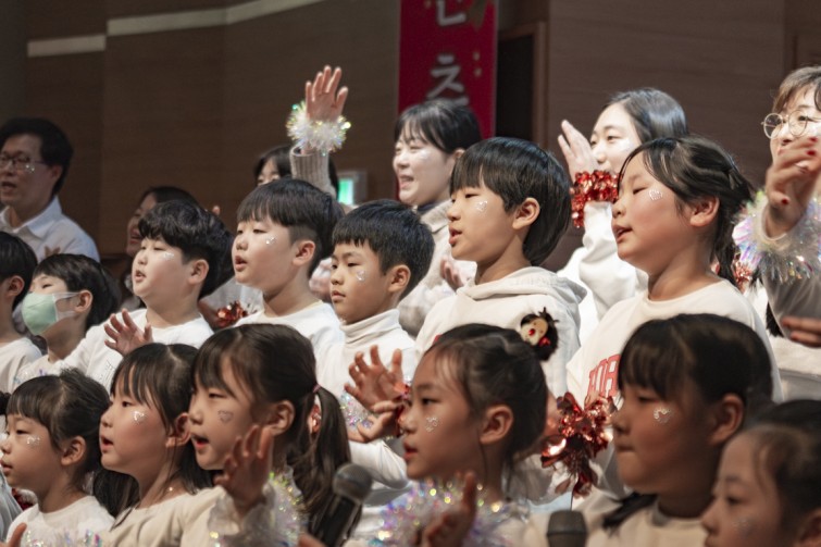 YTo1ODp7czo4OiJGaWxlTmFtZSI7czo0MDoiYzg4YjFjZWMtNTRiNC00ZGJhLWFmMGEtN2M5YTkwOTBiNzllLmpwZyI7czoxMjoiRmlsZURhdGVUaW1lIjtpOjE3NjY0NjQxODc7czo4OiJGaWxlU2l6ZSI7aTo2NjcxMTE7czo4OiJGaWxlVHlwZSI7aToyO3M6ODoiTWltZVR5cGUiO3M6MTA6ImltYWdlL2pwZWciO3M6MTM6IlNlY3Rpb25zRm91bmQiO3M6MzA6IkFOWV9UQUcsIElGRDAsIFRIVU1CTkFJTCwgRVhJRiI7czo4OiJDT01QVVRFRCI7YTo5OntzOjQ6Imh0bWwiO3M6MjU6IndpZHRoPSIxMTUyIiBoZWlnaHQ9Ijc2OCIiO3M6NjoiSGVpZ2h0IjtpOjc2ODtzOjU6IldpZHRoIjtpOjExNTI7czo3OiJJc0NvbG9yIjtpOjE7czoxNzoiQnl0ZU9yZGVyTW90b3JvbGEiO2k6MDtzOjE1OiJBcGVydHVyZUZOdW1iZXIiO3M6NToiZi80LjAiO3M6OToiQ29weXJpZ2h0IjtzOjQ6IllBQkMiO3M6MTg6IlRodW1ibmFpbC5GaWxlVHlwZSI7aToyO3M6MTg6IlRodW1ibmFpbC5NaW1lVHlwZSI7czoxMDoiaW1hZ2UvanBlZyI7fXM6NDoiTWFrZSI7czo0OiJTT05ZIjtzOjU6Ik1vZGVsIjtzOjg6IklMQ0UtN000IjtzOjExOiJYUmVzb2x1dGlvbiI7czo1OiIyNDAvMSI7czoxMToiWVJlc29sdXRpb24iO3M6NToiMjQwLzEiO3M6MTQ6IlJlc29sdXRpb25Vbml0IjtpOjI7czo4OiJTb2Z0d2FyZSI7czo1MDoiQWRvYmUgUGhvdG9zaG9wIExpZ2h0cm9vbSBDbGFzc2ljIDE1LjEgKE1hY2ludG9zaCkiO3M6ODoiRGF0ZVRpbWUiO3M6MTk6IjIwMjU6MTI6MjMgMTI6MDE6NDUiO3M6NjoiQXJ0aXN0IjtzOjc6IllBQkNfU0ciO3M6OToiQ29weXJpZ2h0IjtzOjQ6IllBQkMiO3M6MTY6IkV4aWZfSUZEX1BvaW50ZXIiO2k6MjUyO3M6OToiVEhVTUJOQUlMIjthOjY6e3M6MTE6IkNvbXByZXNzaW9uIjtpOjY7czoxMToiWFJlc29sdXRpb24iO3M6NDoiNzIvMSI7czoxMToiWVJlc29sdXRpb24iO3M6NDoiNzIvMSI7czoxNDoiUmVzb2x1dGlvblVuaXQiO2k6MjtzOjIxOiJKUEVHSW50ZXJjaGFuZ2VGb3JtYXQiO2k6MTAzODtzOjI3OiJKUEVHSW50ZXJjaGFuZ2VGb3JtYXRMZW5ndGgiO2k6MTgwMTk7fXM6MTI6IkV4cG9zdXJlVGltZSI7czo1OiIxLzE2MCI7czo3OiJGTnVtYmVyIjtzOjM6IjQvMSI7czoxNToiRXhwb3N1cmVQcm9ncmFtIjtpOjE7czoxNToiSVNPU3BlZWRSYXRpbmdzIjtpOjE2MDA7czoxOToiVW5kZWZpbmVkVGFnOjB4ODgzMCI7aToyO3M6MTk6IlVuZGVmaW5lZFRhZzoweDg4MzIiO2k6MTYwMDtzOjExOiJFeGlmVmVyc2lvbiI7czo0OiIwMjMyIjtzOjE2OiJEYXRlVGltZU9yaWdpbmFsIjtzOjE5OiIyMDI1OjEyOjIxIDEzOjUyOjAwIjtzOjE3OiJEYXRlVGltZURpZ2l0aXplZCI7czoxOToiMjAyNToxMjoyMSAxMzo1MjowMCI7czoxOToiVW5kZWZpbmVkVGFnOjB4OTAxMCI7czo2OiIrMDk6MDAiO3M6MTk6IlVuZGVmaW5lZFRhZzoweDkwMTEiO3M6NjoiKzA5OjAwIjtzOjE5OiJVbmRlZmluZWRUYWc6MHg5MDEyIjtzOjY6IiswOTowMCI7czoxNzoiU2h1dHRlclNwZWVkVmFsdWUiO3M6MTU6IjczMjE5MjgvMTAwMDAwMCI7czoxMzoiQXBlcnR1cmVWYWx1ZSI7czozOiI0LzEiO3M6MTU6IkJyaWdodG5lc3NWYWx1ZSI7czo4OiIzMzQvMjU2MCI7czoxNzoiRXhwb3N1cmVCaWFzVmFsdWUiO3M6NDoiMC8xMCI7czoxNjoiTWF4QXBlcnR1cmVWYWx1ZSI7czo4OiIxMDI0LzI1NiI7czoxMjoiTWV0ZXJpbmdNb2RlIjtpOjU7czoxMToiTGlnaHRTb3VyY2UiO2k6MDtzOjU6IkZsYXNoIjtpOjE2O3M6MTE6IkZvY2FsTGVuZ3RoIjtzOjY6Ijc1MC8xMCI7czoxODoiU3ViU2VjVGltZU9yaWdpbmFsIjtzOjM6IjgyMSI7czoxOToiU3ViU2VjVGltZURpZ2l0aXplZCI7czozOiI4MjEiO3M6MTA6IkNvbG9yU3BhY2UiO2k6NjU1MzU7czoyMToiRm9jYWxQbGFuZVhSZXNvbHV0aW9uIjtzOjE0OiI2NDQ0OTMzOS8zMjc2OCI7czoyMToiRm9jYWxQbGFuZVlSZXNvbHV0aW9uIjtzOjE0OiI2NDQ0OTMzOS8zMjc2OCI7czoyNDoiRm9jYWxQbGFuZVJlc29sdXRpb25Vbml0IjtpOjM7czoxMDoiRmlsZVNvdXJjZSI7czoxOiIDIjtzOjk6IlNjZW5lVHlwZSI7czoxOiIBIjtzOjE0OiJDdXN0b21SZW5kZXJlZCI7aTowO3M6MTI6IkV4cG9zdXJlTW9kZSI7aToxO3M6MTI6IldoaXRlQmFsYW5jZSI7aTowO3M6MTY6IkRpZ2l0YWxab29tUmF0aW8iO3M6NToiMTYvMTYiO3M6MjE6IkZvY2FsTGVuZ3RoSW4zNW1tRmlsbSI7aToxMTI7czoxNjoiU2NlbmVDYXB0dXJlVHlwZSI7aTowO3M6ODoiQ29udHJhc3QiO2k6MDtzOjEwOiJTYXR1cmF0aW9uIjtpOjA7czo5OiJTaGFycG5lc3MiO2k6MDtzOjE5OiJVbmRlZmluZWRUYWc6MHhBNDMyIjthOjQ6e2k6MDtzOjY6IjcwMC8xMCI7aToxO3M6NzoiMjAwMC8xMCI7aToyO3M6NToiNDAvMTAiO2k6MztzOjU6IjQwLzEwIjt9czoxOToiVW5kZWZpbmVkVGFnOjB4QTQzNCI7czoyMDoiRkUgNzAtMjAwbW0gRjQgRyBPU1MiO30=