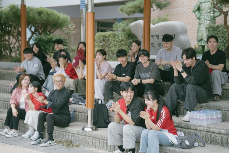 YTo1ODp7czo4OiJGaWxlTmFtZSI7czo0MDoiYzhjMmEyOTctNTgwOS00MmI0LWE0ZjAtNTRhOWQzNDVlN2MxLmpwZyI7czoxMjoiRmlsZURhdGVUaW1lIjtpOjE3NjA1MTQyNjU7czo4OiJGaWxlU2l6ZSI7aToxNDU1NDczO3M6ODoiRmlsZVR5cGUiO2k6MjtzOjg6Ik1pbWVUeXBlIjtzOjEwOiJpbWFnZS9qcGVnIjtzOjEzOiJTZWN0aW9uc0ZvdW5kIjtzOjMwOiJBTllfVEFHLCBJRkQwLCBUSFVNQk5BSUwsIEVYSUYiO3M6ODoiQ09NUFVURUQiO2E6OTp7czo0OiJodG1sIjtzOjI2OiJ3aWR0aD0iMTc1MiIgaGVpZ2h0PSIxMTY4IiI7czo2OiJIZWlnaHQiO2k6MTE2ODtzOjU6IldpZHRoIjtpOjE3NTI7czo3OiJJc0NvbG9yIjtpOjE7czoxNzoiQnl0ZU9yZGVyTW90b3JvbGEiO2k6MDtzOjE1OiJBcGVydHVyZUZOdW1iZXIiO3M6NToiZi8yLjgiO3M6OToiQ29weXJpZ2h0IjtzOjQ6IllBQkMiO3M6MTg6IlRodW1ibmFpbC5GaWxlVHlwZSI7aToyO3M6MTg6IlRodW1ibmFpbC5NaW1lVHlwZSI7czoxMDoiaW1hZ2UvanBlZyI7fXM6NDoiTWFrZSI7czo0OiJTT05ZIjtzOjU6Ik1vZGVsIjtzOjg6IklMQ0UtN000IjtzOjExOiJYUmVzb2x1dGlvbiI7czo1OiIyNDAvMSI7czoxMToiWVJlc29sdXRpb24iO3M6NToiMjQwLzEiO3M6MTQ6IlJlc29sdXRpb25Vbml0IjtpOjI7czo4OiJTb2Z0d2FyZSI7czo1MjoiQWRvYmUgUGhvdG9zaG9wIExpZ2h0cm9vbSBDbGFzc2ljIDE0LjUuMSAoTWFjaW50b3NoKSI7czo4OiJEYXRlVGltZSI7czoxOToiMjAyNToxMDoxMyAxMzoyOToxMCI7czo2OiJBcnRpc3QiO3M6NzoiWUFCQ19TRyI7czo5OiJDb3B5cmlnaHQiO3M6NDoiWUFCQyI7czoxNjoiRXhpZl9JRkRfUG9pbnRlciI7aToyNTQ7czo5OiJUSFVNQk5BSUwiO2E6Njp7czoxMToiQ29tcHJlc3Npb24iO2k6NjtzOjExOiJYUmVzb2x1dGlvbiI7czo0OiI3Mi8xIjtzOjExOiJZUmVzb2x1dGlvbiI7czo0OiI3Mi8xIjtzOjE0OiJSZXNvbHV0aW9uVW5pdCI7aToyO3M6MjE6IkpQRUdJbnRlcmNoYW5nZUZvcm1hdCI7aToxMDQwO3M6Mjc6IkpQRUdJbnRlcmNoYW5nZUZvcm1hdExlbmd0aCI7aToxOTI0Mzt9czoxMjoiRXhwb3N1cmVUaW1lIjtzOjU6IjEvODAwIjtzOjc6IkZOdW1iZXIiO3M6NToiMjgvMTAiO3M6MTU6IkV4cG9zdXJlUHJvZ3JhbSI7aToxO3M6MTU6IklTT1NwZWVkUmF0aW5ncyI7aToyMDA7czoxOToiVW5kZWZpbmVkVGFnOjB4ODgzMCI7aToyO3M6MTk6IlVuZGVmaW5lZFRhZzoweDg4MzIiO2k6MjAwO3M6MTE6IkV4aWZWZXJzaW9uIjtzOjQ6IjAyMzIiO3M6MTY6IkRhdGVUaW1lT3JpZ2luYWwiO3M6MTk6IjIwMjU6MTA6MTIgMTQ6MDI6MjQiO3M6MTc6IkRhdGVUaW1lRGlnaXRpemVkIjtzOjE5OiIyMDI1OjEwOjEyIDE0OjAyOjI0IjtzOjE5OiJVbmRlZmluZWRUYWc6MHg5MDEwIjtzOjY6IiswOTowMCI7czoxOToiVW5kZWZpbmVkVGFnOjB4OTAxMSI7czo2OiIrMDk6MDAiO3M6MTk6IlVuZGVmaW5lZFRhZzoweDkwMTIiO3M6NjoiKzA5OjAwIjtzOjE3OiJTaHV0dGVyU3BlZWRWYWx1ZSI7czoxNToiOTY0Mzg1Ni8xMDAwMDAwIjtzOjEzOiJBcGVydHVyZVZhbHVlIjtzOjE1OiIyOTcwODU0LzEwMDAwMDAiO3M6MTU6IkJyaWdodG5lc3NWYWx1ZSI7czoxMDoiMTcyNzQvMjU2MCI7czoxNzoiRXhwb3N1cmVCaWFzVmFsdWUiO3M6NDoiMC8xMCI7czoxNjoiTWF4QXBlcnR1cmVWYWx1ZSI7czo3OiI3NjAvMjU2IjtzOjEyOiJNZXRlcmluZ01vZGUiO2k6NTtzOjExOiJMaWdodFNvdXJjZSI7aTowO3M6NToiRmxhc2giO2k6MTY7czoxMToiRm9jYWxMZW5ndGgiO3M6NjoiNzAwLzEwIjtzOjE4OiJTdWJTZWNUaW1lT3JpZ2luYWwiO3M6MzoiNTIwIjtzOjE5OiJTdWJTZWNUaW1lRGlnaXRpemVkIjtzOjM6IjUyMCI7czoxMDoiQ29sb3JTcGFjZSI7aTo2NTUzNTtzOjIxOiJGb2NhbFBsYW5lWFJlc29sdXRpb24iO3M6MTQ6IjY0NDQ5MzM5LzMyNzY4IjtzOjIxOiJGb2NhbFBsYW5lWVJlc29sdXRpb24iO3M6MTQ6IjY0NDQ5MzM5LzMyNzY4IjtzOjI0OiJGb2NhbFBsYW5lUmVzb2x1dGlvblVuaXQiO2k6MztzOjEwOiJGaWxlU291cmNlIjtzOjE6IgMiO3M6OToiU2NlbmVUeXBlIjtzOjE6IgEiO3M6MTQ6IkN1c3RvbVJlbmRlcmVkIjtpOjA7czoxMjoiRXhwb3N1cmVNb2RlIjtpOjE7czoxMjoiV2hpdGVCYWxhbmNlIjtpOjE7czoxNjoiRGlnaXRhbFpvb21SYXRpbyI7czo1OiIxNi8xNiI7czoyMToiRm9jYWxMZW5ndGhJbjM1bW1GaWxtIjtpOjcwO3M6MTY6IlNjZW5lQ2FwdHVyZVR5cGUiO2k6MDtzOjg6IkNvbnRyYXN0IjtpOjA7czoxMDoiU2F0dXJhdGlvbiI7aTowO3M6OToiU2hhcnBuZXNzIjtpOjA7czoxOToiVW5kZWZpbmVkVGFnOjB4QTQzMiI7YTo0OntpOjA7czo2OiIyNDAvMTAiO2k6MTtzOjY6IjcwMC8xMCI7aToyO3M6NToiMjgvMTAiO2k6MztzOjU6IjI4LzEwIjt9czoxOToiVW5kZWZpbmVkVGFnOjB4QTQzNCI7czoyMToiRkUgMjQtNzBtbSBGMi44IEdNIElJIjt9