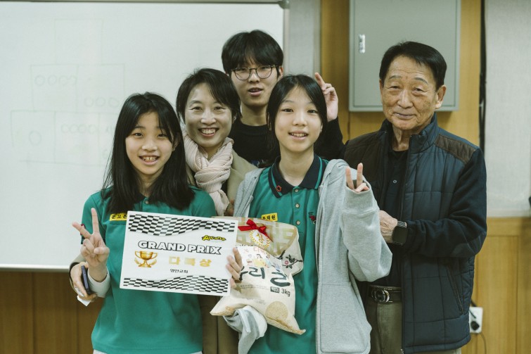 YTo1ODp7czo4OiJGaWxlTmFtZSI7czo0MDoiY2RkZWRmMmMtZTRlZS00YzNhLTgxNTEtZWMxMzEyOGQxNjY4LmpwZyI7czoxMjoiRmlsZURhdGVUaW1lIjtpOjE3NjUwNzg5NDg7czo4OiJGaWxlU2l6ZSI7aToxNDYzNTI1O3M6ODoiRmlsZVR5cGUiO2k6MjtzOjg6Ik1pbWVUeXBlIjtzOjEwOiJpbWFnZS9qcGVnIjtzOjEzOiJTZWN0aW9uc0ZvdW5kIjtzOjMwOiJBTllfVEFHLCBJRkQwLCBUSFVNQk5BSUwsIEVYSUYiO3M6ODoiQ09NUFVURUQiO2E6OTp7czo0OiJodG1sIjtzOjI2OiJ3aWR0aD0iMTc1MiIgaGVpZ2h0PSIxMTY4IiI7czo2OiJIZWlnaHQiO2k6MTE2ODtzOjU6IldpZHRoIjtpOjE3NTI7czo3OiJJc0NvbG9yIjtpOjE7czoxNzoiQnl0ZU9yZGVyTW90b3JvbGEiO2k6MDtzOjE1OiJBcGVydHVyZUZOdW1iZXIiO3M6NToiZi8yLjgiO3M6OToiQ29weXJpZ2h0IjtzOjQ6IllBQkMiO3M6MTg6IlRodW1ibmFpbC5GaWxlVHlwZSI7aToyO3M6MTg6IlRodW1ibmFpbC5NaW1lVHlwZSI7czoxMDoiaW1hZ2UvanBlZyI7fXM6NDoiTWFrZSI7czo0OiJTT05ZIjtzOjU6Ik1vZGVsIjtzOjg6IklMQ0UtN000IjtzOjExOiJYUmVzb2x1dGlvbiI7czo1OiIyNDAvMSI7czoxMToiWVJlc29sdXRpb24iO3M6NToiMjQwLzEiO3M6MTQ6IlJlc29sdXRpb25Vbml0IjtpOjI7czo4OiJTb2Z0d2FyZSI7czo1MjoiQWRvYmUgUGhvdG9zaG9wIExpZ2h0cm9vbSBDbGFzc2ljIDE1LjAuMSAoTWFjaW50b3NoKSI7czo4OiJEYXRlVGltZSI7czoxOToiMjAyNToxMjowNyAxMjozNjo1NSI7czo2OiJBcnRpc3QiO3M6NzoiWUFCQ19TRyI7czo5OiJDb3B5cmlnaHQiO3M6NDoiWUFCQyI7czoxNjoiRXhpZl9JRkRfUG9pbnRlciI7aToyNTQ7czo5OiJUSFVNQk5BSUwiO2E6Njp7czoxMToiQ29tcHJlc3Npb24iO2k6NjtzOjExOiJYUmVzb2x1dGlvbiI7czo0OiI3Mi8xIjtzOjExOiJZUmVzb2x1dGlvbiI7czo0OiI3Mi8xIjtzOjE0OiJSZXNvbHV0aW9uVW5pdCI7aToyO3M6MjE6IkpQRUdJbnRlcmNoYW5nZUZvcm1hdCI7aToxMDQwO3M6Mjc6IkpQRUdJbnRlcmNoYW5nZUZvcm1hdExlbmd0aCI7aToxNDc5Nzt9czoxMjoiRXhwb3N1cmVUaW1lIjtzOjU6IjEvMjUwIjtzOjc6IkZOdW1iZXIiO3M6NToiMjgvMTAiO3M6MTU6IkV4cG9zdXJlUHJvZ3JhbSI7aToxO3M6MTU6IklTT1NwZWVkUmF0aW5ncyI7aTo2NDA7czoxOToiVW5kZWZpbmVkVGFnOjB4ODgzMCI7aToyO3M6MTk6IlVuZGVmaW5lZFRhZzoweDg4MzIiO2k6NjQwO3M6MTE6IkV4aWZWZXJzaW9uIjtzOjQ6IjAyMzIiO3M6MTY6IkRhdGVUaW1lT3JpZ2luYWwiO3M6MTk6IjIwMjU6MTI6MDYgMTA6NDI6MTEiO3M6MTc6IkRhdGVUaW1lRGlnaXRpemVkIjtzOjE5OiIyMDI1OjEyOjA2IDEwOjQyOjExIjtzOjE5OiJVbmRlZmluZWRUYWc6MHg5MDEwIjtzOjY6IiswOTowMCI7czoxOToiVW5kZWZpbmVkVGFnOjB4OTAxMSI7czo2OiIrMDk6MDAiO3M6MTk6IlVuZGVmaW5lZFRhZzoweDkwMTIiO3M6NjoiKzA5OjAwIjtzOjE3OiJTaHV0dGVyU3BlZWRWYWx1ZSI7czoxNToiNzk2NTc4NC8xMDAwMDAwIjtzOjEzOiJBcGVydHVyZVZhbHVlIjtzOjE1OiIyOTcwODU0LzEwMDAwMDAiO3M6MTU6IkJyaWdodG5lc3NWYWx1ZSI7czo5OiI2NjQ0LzI1NjAiO3M6MTc6IkV4cG9zdXJlQmlhc1ZhbHVlIjtzOjQ6IjAvMTAiO3M6MTY6Ik1heEFwZXJ0dXJlVmFsdWUiO3M6NzoiNzYwLzI1NiI7czoxMjoiTWV0ZXJpbmdNb2RlIjtpOjU7czoxMToiTGlnaHRTb3VyY2UiO2k6MDtzOjU6IkZsYXNoIjtpOjE1O3M6MTE6IkZvY2FsTGVuZ3RoIjtzOjY6IjY3MC8xMCI7czoxODoiU3ViU2VjVGltZU9yaWdpbmFsIjtzOjM6IjU0OSI7czoxOToiU3ViU2VjVGltZURpZ2l0aXplZCI7czozOiI1NDkiO3M6MTA6IkNvbG9yU3BhY2UiO2k6NjU1MzU7czoyMToiRm9jYWxQbGFuZVhSZXNvbHV0aW9uIjtzOjE0OiI2NDQ0OTMzOS8zMjc2OCI7czoyMToiRm9jYWxQbGFuZVlSZXNvbHV0aW9uIjtzOjE0OiI2NDQ0OTMzOS8zMjc2OCI7czoyNDoiRm9jYWxQbGFuZVJlc29sdXRpb25Vbml0IjtpOjM7czoxMDoiRmlsZVNvdXJjZSI7czoxOiIDIjtzOjk6IlNjZW5lVHlwZSI7czoxOiIBIjtzOjE0OiJDdXN0b21SZW5kZXJlZCI7aTowO3M6MTI6IkV4cG9zdXJlTW9kZSI7aToxO3M6MTI6IldoaXRlQmFsYW5jZSI7aToxO3M6MTY6IkRpZ2l0YWxab29tUmF0aW8iO3M6NToiMTYvMTYiO3M6MjE6IkZvY2FsTGVuZ3RoSW4zNW1tRmlsbSI7aTo2NztzOjE2OiJTY2VuZUNhcHR1cmVUeXBlIjtpOjA7czo4OiJDb250cmFzdCI7aTowO3M6MTA6IlNhdHVyYXRpb24iO2k6MDtzOjk6IlNoYXJwbmVzcyI7aTowO3M6MTk6IlVuZGVmaW5lZFRhZzoweEE0MzIiO2E6NDp7aTowO3M6NjoiMjQwLzEwIjtpOjE7czo2OiI3MDAvMTAiO2k6MjtzOjU6IjI4LzEwIjtpOjM7czo1OiIyOC8xMCI7fXM6MTk6IlVuZGVmaW5lZFRhZzoweEE0MzQiO3M6MjE6IkZFIDI0LTcwbW0gRjIuOCBHTSBJSSI7fQ==