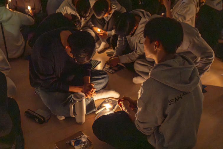 YTo1ODp7czo4OiJGaWxlTmFtZSI7czo0MDoiZDNiZmVjZjYtNGMwNy00NzdjLTllYmItN2RhNTgwNDM3YmJmLmpwZyI7czoxMjoiRmlsZURhdGVUaW1lIjtpOjE3NzA3MDQyMzQ7czo4OiJGaWxlU2l6ZSI7aToxNzQ2MTU1O3M6ODoiRmlsZVR5cGUiO2k6MjtzOjg6Ik1pbWVUeXBlIjtzOjEwOiJpbWFnZS9qcGVnIjtzOjEzOiJTZWN0aW9uc0ZvdW5kIjtzOjMwOiJBTllfVEFHLCBJRkQwLCBUSFVNQk5BSUwsIEVYSUYiO3M6ODoiQ09NUFVURUQiO2E6OTp7czo0OiJodG1sIjtzOjI2OiJ3aWR0aD0iMTc1MiIgaGVpZ2h0PSIxMTY4IiI7czo2OiJIZWlnaHQiO2k6MTE2ODtzOjU6IldpZHRoIjtpOjE3NTI7czo3OiJJc0NvbG9yIjtpOjE7czoxNzoiQnl0ZU9yZGVyTW90b3JvbGEiO2k6MDtzOjE1OiJBcGVydHVyZUZOdW1iZXIiO3M6NToiZi80LjAiO3M6OToiQ29weXJpZ2h0IjtzOjQ6IllBQkMiO3M6MTg6IlRodW1ibmFpbC5GaWxlVHlwZSI7aToyO3M6MTg6IlRodW1ibmFpbC5NaW1lVHlwZSI7czoxMDoiaW1hZ2UvanBlZyI7fXM6NDoiTWFrZSI7czo0OiJTT05ZIjtzOjU6Ik1vZGVsIjtzOjg6IklMQ0UtN000IjtzOjExOiJYUmVzb2x1dGlvbiI7czo1OiIyNDAvMSI7czoxMToiWVJlc29sdXRpb24iO3M6NToiMjQwLzEiO3M6MTQ6IlJlc29sdXRpb25Vbml0IjtpOjI7czo4OiJTb2Z0d2FyZSI7czo1MjoiQWRvYmUgUGhvdG9zaG9wIExpZ2h0cm9vbSBDbGFzc2ljIDE1LjEuMSAoTWFjaW50b3NoKSI7czo4OiJEYXRlVGltZSI7czoxOToiMjAyNjowMjoxMCAxNDo1MTozNyI7czo2OiJBcnRpc3QiO3M6NzoiWUFCQ19TRyI7czo5OiJDb3B5cmlnaHQiO3M6NDoiWUFCQyI7czoxNjoiRXhpZl9JRkRfUG9pbnRlciI7aToyNTQ7czo5OiJUSFVNQk5BSUwiO2E6Njp7czoxMToiQ29tcHJlc3Npb24iO2k6NjtzOjExOiJYUmVzb2x1dGlvbiI7czo0OiI3Mi8xIjtzOjExOiJZUmVzb2x1dGlvbiI7czo0OiI3Mi8xIjtzOjE0OiJSZXNvbHV0aW9uVW5pdCI7aToyO3M6MjE6IkpQRUdJbnRlcmNoYW5nZUZvcm1hdCI7aToxMDQwO3M6Mjc6IkpQRUdJbnRlcmNoYW5nZUZvcm1hdExlbmd0aCI7aToxMzU4Nzt9czoxMjoiRXhwb3N1cmVUaW1lIjtzOjQ6IjEvNTAiO3M6NzoiRk51bWJlciI7czozOiI0LzEiO3M6MTU6IkV4cG9zdXJlUHJvZ3JhbSI7aToxO3M6MTU6IklTT1NwZWVkUmF0aW5ncyI7aTo2NDAwO3M6MTk6IlVuZGVmaW5lZFRhZzoweDg4MzAiO2k6MjtzOjE5OiJVbmRlZmluZWRUYWc6MHg4ODMyIjtpOjY0MDA7czoxMToiRXhpZlZlcnNpb24iO3M6NDoiMDIzMiI7czoxNjoiRGF0ZVRpbWVPcmlnaW5hbCI7czoxOToiMjAyNjowMjowNyAyMToyNTowMCI7czoxNzoiRGF0ZVRpbWVEaWdpdGl6ZWQiO3M6MTk6IjIwMjY6MDI6MDcgMjE6MjU6MDAiO3M6MTk6IlVuZGVmaW5lZFRhZzoweDkwMTAiO3M6NjoiKzA5OjAwIjtzOjE5OiJVbmRlZmluZWRUYWc6MHg5MDExIjtzOjY6IiswOTowMCI7czoxOToiVW5kZWZpbmVkVGFnOjB4OTAxMiI7czo2OiIrMDk6MDAiO3M6MTc6IlNodXR0ZXJTcGVlZFZhbHVlIjtzOjE1OiI1NjQzODU2LzEwMDAwMDAiO3M6MTM6IkFwZXJ0dXJlVmFsdWUiO3M6MzoiNC8xIjtzOjE1OiJCcmlnaHRuZXNzVmFsdWUiO3M6MTE6Ii0xNjQ2Ni8yNTYwIjtzOjE3OiJFeHBvc3VyZUJpYXNWYWx1ZSI7czo0OiIwLzEwIjtzOjE2OiJNYXhBcGVydHVyZVZhbHVlIjtzOjc6Ijc2MC8yNTYiO3M6MTI6Ik1ldGVyaW5nTW9kZSI7aTo1O3M6MTE6IkxpZ2h0U291cmNlIjtpOjA7czo1OiJGbGFzaCI7aToxNjtzOjExOiJGb2NhbExlbmd0aCI7czo2OiIzNTAvMTAiO3M6MTg6IlN1YlNlY1RpbWVPcmlnaW5hbCI7czozOiI0NjciO3M6MTk6IlN1YlNlY1RpbWVEaWdpdGl6ZWQiO3M6MzoiNDY3IjtzOjEwOiJDb2xvclNwYWNlIjtpOjY1NTM1O3M6MjE6IkZvY2FsUGxhbmVYUmVzb2x1dGlvbiI7czoxNDoiNjQ0NDkzMzkvMzI3NjgiO3M6MjE6IkZvY2FsUGxhbmVZUmVzb2x1dGlvbiI7czoxNDoiNjQ0NDkzMzkvMzI3NjgiO3M6MjQ6IkZvY2FsUGxhbmVSZXNvbHV0aW9uVW5pdCI7aTozO3M6MTA6IkZpbGVTb3VyY2UiO3M6MToiAyI7czo5OiJTY2VuZVR5cGUiO3M6MToiASI7czoxNDoiQ3VzdG9tUmVuZGVyZWQiO2k6MDtzOjEyOiJFeHBvc3VyZU1vZGUiO2k6MTtzOjEyOiJXaGl0ZUJhbGFuY2UiO2k6MDtzOjE2OiJEaWdpdGFsWm9vbVJhdGlvIjtzOjU6IjE2LzE2IjtzOjIxOiJGb2NhbExlbmd0aEluMzVtbUZpbG0iO2k6MzU7czoxNjoiU2NlbmVDYXB0dXJlVHlwZSI7aTowO3M6ODoiQ29udHJhc3QiO2k6MTtzOjEwOiJTYXR1cmF0aW9uIjtpOjE7czo5OiJTaGFycG5lc3MiO2k6MDtzOjE5OiJVbmRlZmluZWRUYWc6MHhBNDMyIjthOjQ6e2k6MDtzOjY6IjE2MC8xMCI7aToxO3M6NjoiMzUwLzEwIjtpOjI7czo1OiIyOC8xMCI7aTozO3M6NToiMjgvMTAiO31zOjE5OiJVbmRlZmluZWRUYWc6MHhBNDM0IjtzOjIxOiJGRSAxNi0zNW1tIEYyLjggR00gSUkiO30=