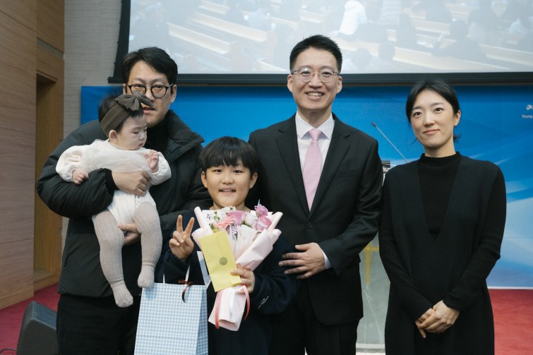 YTo1ODp7czo4OiJGaWxlTmFtZSI7czo0MDoiZDhlMjlmZmUtNTc5NC00NzJlLWFmNzYtMjAyYTcxZWRlMGExLmpwZyI7czoxMjoiRmlsZURhdGVUaW1lIjtpOjE3NjQ4Mjk3NjU7czo4OiJGaWxlU2l6ZSI7aToxMzM1MTQyO3M6ODoiRmlsZVR5cGUiO2k6MjtzOjg6Ik1pbWVUeXBlIjtzOjEwOiJpbWFnZS9qcGVnIjtzOjEzOiJTZWN0aW9uc0ZvdW5kIjtzOjMwOiJBTllfVEFHLCBJRkQwLCBUSFVNQk5BSUwsIEVYSUYiO3M6ODoiQ09NUFVURUQiO2E6OTp7czo0OiJodG1sIjtzOjI2OiJ3aWR0aD0iMTcwOCIgaGVpZ2h0PSIxMTM5IiI7czo2OiJIZWlnaHQiO2k6MTEzOTtzOjU6IldpZHRoIjtpOjE3MDg7czo3OiJJc0NvbG9yIjtpOjE7czoxNzoiQnl0ZU9yZGVyTW90b3JvbGEiO2k6MDtzOjE1OiJBcGVydHVyZUZOdW1iZXIiO3M6NToiZi81LjYiO3M6OToiQ29weXJpZ2h0IjtzOjQ6IllBQkMiO3M6MTg6IlRodW1ibmFpbC5GaWxlVHlwZSI7aToyO3M6MTg6IlRodW1ibmFpbC5NaW1lVHlwZSI7czoxMDoiaW1hZ2UvanBlZyI7fXM6NDoiTWFrZSI7czo0OiJTT05ZIjtzOjU6Ik1vZGVsIjtzOjg6IklMQ0UtN000IjtzOjExOiJYUmVzb2x1dGlvbiI7czo1OiIyNDAvMSI7czoxMToiWVJlc29sdXRpb24iO3M6NToiMjQwLzEiO3M6MTQ6IlJlc29sdXRpb25Vbml0IjtpOjI7czo4OiJTb2Z0d2FyZSI7czo1MjoiQWRvYmUgUGhvdG9zaG9wIExpZ2h0cm9vbSBDbGFzc2ljIDE1LjAuMSAoTWFjaW50b3NoKSI7czo4OiJEYXRlVGltZSI7czoxOToiMjAyNToxMjowNCAxNToyNzoxOSI7czo2OiJBcnRpc3QiO3M6NzoiWUFCQ19TRyI7czo5OiJDb3B5cmlnaHQiO3M6NDoiWUFCQyI7czoxNjoiRXhpZl9JRkRfUG9pbnRlciI7aToyNTQ7czo5OiJUSFVNQk5BSUwiO2E6Njp7czoxMToiQ29tcHJlc3Npb24iO2k6NjtzOjExOiJYUmVzb2x1dGlvbiI7czo0OiI3Mi8xIjtzOjExOiJZUmVzb2x1dGlvbiI7czo0OiI3Mi8xIjtzOjE0OiJSZXNvbHV0aW9uVW5pdCI7aToyO3M6MjE6IkpQRUdJbnRlcmNoYW5nZUZvcm1hdCI7aToxMDQwO3M6Mjc6IkpQRUdJbnRlcmNoYW5nZUZvcm1hdExlbmd0aCI7aToxNDM4Nzt9czoxMjoiRXhwb3N1cmVUaW1lIjtzOjU6IjEvMjUwIjtzOjc6IkZOdW1iZXIiO3M6NToiNTYvMTAiO3M6MTU6IkV4cG9zdXJlUHJvZ3JhbSI7aToxO3M6MTU6IklTT1NwZWVkUmF0aW5ncyI7aTo4MDA7czoxOToiVW5kZWZpbmVkVGFnOjB4ODgzMCI7aToyO3M6MTk6IlVuZGVmaW5lZFRhZzoweDg4MzIiO2k6ODAwO3M6MTE6IkV4aWZWZXJzaW9uIjtzOjQ6IjAyMzIiO3M6MTY6IkRhdGVUaW1lT3JpZ2luYWwiO3M6MTk6IjIwMjU6MTE6MzAgMTA6MzA6MDkiO3M6MTc6IkRhdGVUaW1lRGlnaXRpemVkIjtzOjE5OiIyMDI1OjExOjMwIDEwOjMwOjA5IjtzOjE5OiJVbmRlZmluZWRUYWc6MHg5MDEwIjtzOjY6IiswOTowMCI7czoxOToiVW5kZWZpbmVkVGFnOjB4OTAxMSI7czo2OiIrMDk6MDAiO3M6MTk6IlVuZGVmaW5lZFRhZzoweDkwMTIiO3M6NjoiKzA5OjAwIjtzOjE3OiJTaHV0dGVyU3BlZWRWYWx1ZSI7czoxNToiNzk2NTc4NC8xMDAwMDAwIjtzOjEzOiJBcGVydHVyZVZhbHVlIjtzOjE1OiI0OTcwODU0LzEwMDAwMDAiO3M6MTU6IkJyaWdodG5lc3NWYWx1ZSI7czo5OiI1MzM0LzI1NjAiO3M6MTc6IkV4cG9zdXJlQmlhc1ZhbHVlIjtzOjQ6IjAvMTAiO3M6MTY6Ik1heEFwZXJ0dXJlVmFsdWUiO3M6ODoiMTAyNC8yNTYiO3M6MTI6Ik1ldGVyaW5nTW9kZSI7aTo1O3M6MTE6IkxpZ2h0U291cmNlIjtpOjA7czo1OiJGbGFzaCI7aToxMztzOjExOiJGb2NhbExlbmd0aCI7czo2OiI0MTAvMTAiO3M6MTg6IlN1YlNlY1RpbWVPcmlnaW5hbCI7czozOiI0NTUiO3M6MTk6IlN1YlNlY1RpbWVEaWdpdGl6ZWQiO3M6MzoiNDU1IjtzOjEwOiJDb2xvclNwYWNlIjtpOjY1NTM1O3M6MjE6IkZvY2FsUGxhbmVYUmVzb2x1dGlvbiI7czoxNDoiNjQ0NDkzMzkvMzI3NjgiO3M6MjE6IkZvY2FsUGxhbmVZUmVzb2x1dGlvbiI7czoxNDoiNjQ0NDkzMzkvMzI3NjgiO3M6MjQ6IkZvY2FsUGxhbmVSZXNvbHV0aW9uVW5pdCI7aTozO3M6MTA6IkZpbGVTb3VyY2UiO3M6MToiAyI7czo5OiJTY2VuZVR5cGUiO3M6MToiASI7czoxNDoiQ3VzdG9tUmVuZGVyZWQiO2k6MDtzOjEyOiJFeHBvc3VyZU1vZGUiO2k6MTtzOjEyOiJXaGl0ZUJhbGFuY2UiO2k6MTtzOjE2OiJEaWdpdGFsWm9vbVJhdGlvIjtzOjU6IjE2LzE2IjtzOjIxOiJGb2NhbExlbmd0aEluMzVtbUZpbG0iO2k6NDE7czoxNjoiU2NlbmVDYXB0dXJlVHlwZSI7aTowO3M6ODoiQ29udHJhc3QiO2k6MDtzOjEwOiJTYXR1cmF0aW9uIjtpOjA7czo5OiJTaGFycG5lc3MiO2k6MDtzOjE5OiJVbmRlZmluZWRUYWc6MHhBNDMyIjthOjQ6e2k6MDtzOjY6IjI0MC8xMCI7aToxO3M6NzoiMTA1MC8xMCI7aToyO3M6NToiNDAvMTAiO2k6MztzOjU6IjQwLzEwIjt9czoxOToiVW5kZWZpbmVkVGFnOjB4QTQzNCI7czoyMDoiRkUgMjQtMTA1bW0gRjQgRyBPU1MiO30=