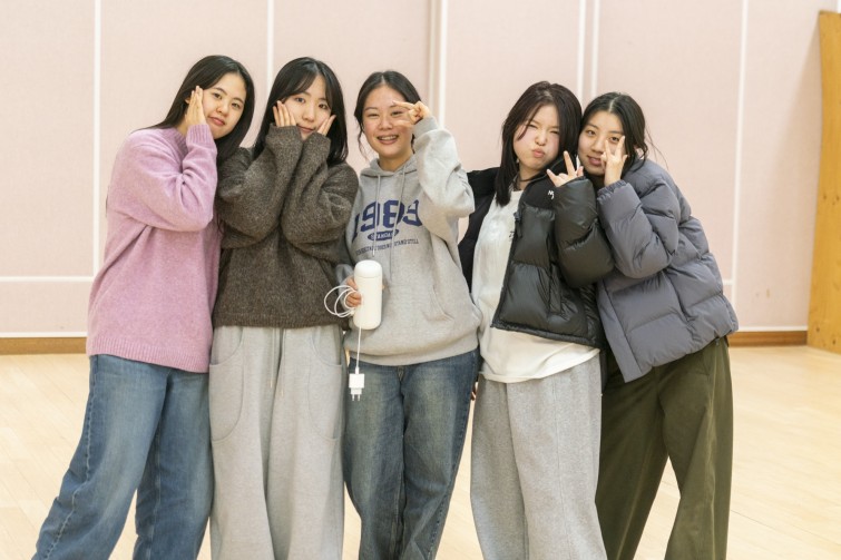 YTo1NDp7czo4OiJGaWxlTmFtZSI7czo0MDoiZTA5YzIwYzctODNiMS00Y2RiLWJhMWItY2E2YzlkNjI1ODQ2LmpwZyI7czoxMjoiRmlsZURhdGVUaW1lIjtpOjE3Njg0NTg5NjE7czo4OiJGaWxlU2l6ZSI7aToxNTU2MTU1O3M6ODoiRmlsZVR5cGUiO2k6MjtzOjg6Ik1pbWVUeXBlIjtzOjEwOiJpbWFnZS9qcGVnIjtzOjEzOiJTZWN0aW9uc0ZvdW5kIjtzOjMwOiJBTllfVEFHLCBJRkQwLCBUSFVNQk5BSUwsIEVYSUYiO3M6ODoiQ09NUFVURUQiO2E6ODp7czo0OiJodG1sIjtzOjI2OiJ3aWR0aD0iMTk4OCIgaGVpZ2h0PSIxMzI1IiI7czo2OiJIZWlnaHQiO2k6MTMyNTtzOjU6IldpZHRoIjtpOjE5ODg7czo3OiJJc0NvbG9yIjtpOjE7czoxNzoiQnl0ZU9yZGVyTW90b3JvbGEiO2k6MDtzOjE1OiJBcGVydHVyZUZOdW1iZXIiO3M6NToiZi80LjAiO3M6MTg6IlRodW1ibmFpbC5GaWxlVHlwZSI7aToyO3M6MTg6IlRodW1ibmFpbC5NaW1lVHlwZSI7czoxMDoiaW1hZ2UvanBlZyI7fXM6NDoiTWFrZSI7czo0OiJTT05ZIjtzOjU6Ik1vZGVsIjtzOjk6IklMQ0UtN1JNMyI7czoxMToiWFJlc29sdXRpb24iO3M6NToiMjQwLzEiO3M6MTE6IllSZXNvbHV0aW9uIjtzOjU6IjI0MC8xIjtzOjE0OiJSZXNvbHV0aW9uVW5pdCI7aToyO3M6ODoiU29mdHdhcmUiO3M6NTA6IkFkb2JlIFBob3Rvc2hvcCBMaWdodHJvb20gQ2xhc3NpYyAxNS4xIChNYWNpbnRvc2gpIjtzOjg6IkRhdGVUaW1lIjtzOjE5OiIyMDI2OjAxOjE1IDE1OjIyOjM1IjtzOjE2OiJFeGlmX0lGRF9Qb2ludGVyIjtpOjIxNDtzOjk6IlRIVU1CTkFJTCI7YTo2OntzOjExOiJDb21wcmVzc2lvbiI7aTo2O3M6MTE6IlhSZXNvbHV0aW9uIjtzOjQ6IjcyLzEiO3M6MTE6IllSZXNvbHV0aW9uIjtzOjQ6IjcyLzEiO3M6MTQ6IlJlc29sdXRpb25Vbml0IjtpOjI7czoyMToiSlBFR0ludGVyY2hhbmdlRm9ybWF0IjtpOjk3NjtzOjI3OiJKUEVHSW50ZXJjaGFuZ2VGb3JtYXRMZW5ndGgiO2k6MTMwMjc7fXM6MTI6IkV4cG9zdXJlVGltZSI7czo1OiIxLzE2MCI7czo3OiJGTnVtYmVyIjtzOjM6IjQvMSI7czoxNToiRXhwb3N1cmVQcm9ncmFtIjtpOjI7czoxNToiSVNPU3BlZWRSYXRpbmdzIjtpOjI1MDA7czoxOToiVW5kZWZpbmVkVGFnOjB4ODgzMCI7aToyO3M6MTk6IlVuZGVmaW5lZFRhZzoweDg4MzIiO2k6MjUwMDtzOjExOiJFeGlmVmVyc2lvbiI7czo0OiIwMjMxIjtzOjE2OiJEYXRlVGltZU9yaWdpbmFsIjtzOjE5OiIyMDI2OjAxOjExIDAxOjA5OjMyIjtzOjE3OiJEYXRlVGltZURpZ2l0aXplZCI7czoxOToiMjAyNjowMToxMSAwMTowOTozMiI7czoxOToiVW5kZWZpbmVkVGFnOjB4OTAxMCI7czo2OiIrMDk6MDAiO3M6MTk6IlVuZGVmaW5lZFRhZzoweDkwMTEiO3M6NjoiKzA5OjAwIjtzOjE5OiJVbmRlZmluZWRUYWc6MHg5MDEyIjtzOjY6IiswOTowMCI7czoxNzoiU2h1dHRlclNwZWVkVmFsdWUiO3M6MTU6IjczMjE5MjgvMTAwMDAwMCI7czoxMzoiQXBlcnR1cmVWYWx1ZSI7czozOiI0LzEiO3M6MTU6IkJyaWdodG5lc3NWYWx1ZSI7czo5OiI2MTE0LzI1NjAiO3M6MTc6IkV4cG9zdXJlQmlhc1ZhbHVlIjtzOjQ6IjAvMTAiO3M6MTY6Ik1heEFwZXJ0dXJlVmFsdWUiO3M6ODoiMTAyNC8yNTYiO3M6MTI6Ik1ldGVyaW5nTW9kZSI7aTo1O3M6MTE6IkxpZ2h0U291cmNlIjtpOjA7czo1OiJGbGFzaCI7aToxNjtzOjExOiJGb2NhbExlbmd0aCI7czo2OiI4MTAvMTAiO3M6MTA6IkNvbG9yU3BhY2UiO2k6NjU1MzU7czoyMToiRm9jYWxQbGFuZVhSZXNvbHV0aW9uIjtzOjE0OiI3MDkyNDEzNC8zMjc2OCI7czoyMToiRm9jYWxQbGFuZVlSZXNvbHV0aW9uIjtzOjE0OiI3MDkyNDEzNC8zMjc2OCI7czoyNDoiRm9jYWxQbGFuZVJlc29sdXRpb25Vbml0IjtpOjM7czoxMDoiRmlsZVNvdXJjZSI7czoxOiIDIjtzOjk6IlNjZW5lVHlwZSI7czoxOiIBIjtzOjE0OiJDdXN0b21SZW5kZXJlZCI7aTowO3M6MTI6IkV4cG9zdXJlTW9kZSI7aTowO3M6MTI6IldoaXRlQmFsYW5jZSI7aTowO3M6MTY6IkRpZ2l0YWxab29tUmF0aW8iO3M6NToiMTYvMTYiO3M6MjE6IkZvY2FsTGVuZ3RoSW4zNW1tRmlsbSI7aTo4MTtzOjE2OiJTY2VuZUNhcHR1cmVUeXBlIjtpOjA7czo4OiJDb250cmFzdCI7aTowO3M6MTA6IlNhdHVyYXRpb24iO2k6MDtzOjk6IlNoYXJwbmVzcyI7aTowO3M6MTk6IlVuZGVmaW5lZFRhZzoweEE0MzIiO2E6NDp7aTowO3M6NjoiNzAwLzEwIjtpOjE7czo3OiIyMDAwLzEwIjtpOjI7czo1OiI0MC8xMCI7aTozO3M6NToiNDAvMTAiO31zOjE5OiJVbmRlZmluZWRUYWc6MHhBNDM0IjtzOjIwOiJGRSA3MC0yMDBtbSBGNCBHIE9TUyI7fQ==