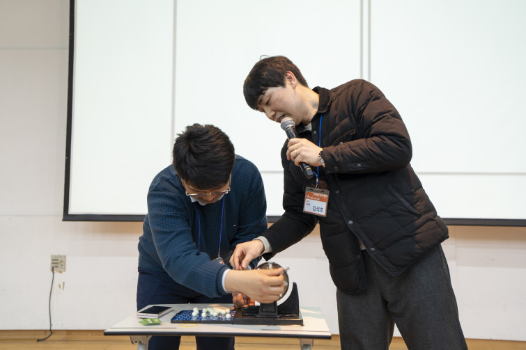 YTo1ODp7czo4OiJGaWxlTmFtZSI7czo0MDoiZTFkN2EyOTAtZGUxNS00MDZlLTkwMzAtYWVmYzM4YmUwODhkLmpwZyI7czoxMjoiRmlsZURhdGVUaW1lIjtpOjE3NzIzNDgzNjE7czo4OiJGaWxlU2l6ZSI7aTo4MzA3ODg7czo4OiJGaWxlVHlwZSI7aToyO3M6ODoiTWltZVR5cGUiO3M6MTA6ImltYWdlL2pwZWciO3M6MTM6IlNlY3Rpb25zRm91bmQiO3M6MzA6IkFOWV9UQUcsIElGRDAsIFRIVU1CTkFJTCwgRVhJRiI7czo4OiJDT01QVVRFRCI7YTo5OntzOjQ6Imh0bWwiO3M6MjY6IndpZHRoPSIxNzM5IiBoZWlnaHQ9IjExNTkiIjtzOjY6IkhlaWdodCI7aToxMTU5O3M6NToiV2lkdGgiO2k6MTczOTtzOjc6IklzQ29sb3IiO2k6MTtzOjE3OiJCeXRlT3JkZXJNb3Rvcm9sYSI7aTowO3M6MTU6IkFwZXJ0dXJlRk51bWJlciI7czo1OiJmLzIuOCI7czo5OiJDb3B5cmlnaHQiO3M6NDoiWUFCQyI7czoxODoiVGh1bWJuYWlsLkZpbGVUeXBlIjtpOjI7czoxODoiVGh1bWJuYWlsLk1pbWVUeXBlIjtzOjEwOiJpbWFnZS9qcGVnIjt9czo0OiJNYWtlIjtzOjQ6IlNPTlkiO3M6NToiTW9kZWwiO3M6ODoiSUxDRS03TTQiO3M6MTE6IlhSZXNvbHV0aW9uIjtzOjU6IjI0MC8xIjtzOjExOiJZUmVzb2x1dGlvbiI7czo1OiIyNDAvMSI7czoxNDoiUmVzb2x1dGlvblVuaXQiO2k6MjtzOjg6IlNvZnR3YXJlIjtzOjUwOiJBZG9iZSBQaG90b3Nob3AgTGlnaHRyb29tIENsYXNzaWMgMTUuMiAoTWFjaW50b3NoKSI7czo4OiJEYXRlVGltZSI7czoxOToiMjAyNjowMzowMSAxMjo0MjowNCI7czo2OiJBcnRpc3QiO3M6NzoiWUFCQ19TRyI7czo5OiJDb3B5cmlnaHQiO3M6NDoiWUFCQyI7czoxNjoiRXhpZl9JRkRfUG9pbnRlciI7aToyNTI7czo5OiJUSFVNQk5BSUwiO2E6Njp7czoxMToiQ29tcHJlc3Npb24iO2k6NjtzOjExOiJYUmVzb2x1dGlvbiI7czo0OiI3Mi8xIjtzOjExOiJZUmVzb2x1dGlvbiI7czo0OiI3Mi8xIjtzOjE0OiJSZXNvbHV0aW9uVW5pdCI7aToyO3M6MjE6IkpQRUdJbnRlcmNoYW5nZUZvcm1hdCI7aToxMDM4O3M6Mjc6IkpQRUdJbnRlcmNoYW5nZUZvcm1hdExlbmd0aCI7aToxMDg5Nzt9czoxMjoiRXhwb3N1cmVUaW1lIjtzOjQ6IjEvNjAiO3M6NzoiRk51bWJlciI7czo1OiIyOC8xMCI7czoxNToiRXhwb3N1cmVQcm9ncmFtIjtpOjE7czoxNToiSVNPU3BlZWRSYXRpbmdzIjtpOjI1MDtzOjE5OiJVbmRlZmluZWRUYWc6MHg4ODMwIjtpOjI7czoxOToiVW5kZWZpbmVkVGFnOjB4ODgzMiI7aToyNTA7czoxMToiRXhpZlZlcnNpb24iO3M6NDoiMDIzMiI7czoxNjoiRGF0ZVRpbWVPcmlnaW5hbCI7czoxOToiMjAyNjowMjoyNyAxOTo1MDo0NCI7czoxNzoiRGF0ZVRpbWVEaWdpdGl6ZWQiO3M6MTk6IjIwMjY6MDI6MjcgMTk6NTA6NDQiO3M6MTk6IlVuZGVmaW5lZFRhZzoweDkwMTAiO3M6NjoiKzA5OjAwIjtzOjE5OiJVbmRlZmluZWRUYWc6MHg5MDExIjtzOjY6IiswOTowMCI7czoxOToiVW5kZWZpbmVkVGFnOjB4OTAxMiI7czo2OiIrMDk6MDAiO3M6MTc6IlNodXR0ZXJTcGVlZFZhbHVlIjtzOjE1OiI1OTA2ODkxLzEwMDAwMDAiO3M6MTM6IkFwZXJ0dXJlVmFsdWUiO3M6MTU6IjI5NzA4NTQvMTAwMDAwMCI7czoxNToiQnJpZ2h0bmVzc1ZhbHVlIjtzOjk6Ijg1NTQvMjU2MCI7czoxNzoiRXhwb3N1cmVCaWFzVmFsdWUiO3M6NDoiMC8xMCI7czoxNjoiTWF4QXBlcnR1cmVWYWx1ZSI7czo3OiI3NjAvMjU2IjtzOjEyOiJNZXRlcmluZ01vZGUiO2k6NTtzOjExOiJMaWdodFNvdXJjZSI7aTowO3M6NToiRmxhc2giO2k6MTY7czoxMToiRm9jYWxMZW5ndGgiO3M6NjoiMzUwLzEwIjtzOjE4OiJTdWJTZWNUaW1lT3JpZ2luYWwiO3M6MzoiMzc1IjtzOjE5OiJTdWJTZWNUaW1lRGlnaXRpemVkIjtzOjM6IjM3NSI7czoxMDoiQ29sb3JTcGFjZSI7aTo2NTUzNTtzOjIxOiJGb2NhbFBsYW5lWFJlc29sdXRpb24iO3M6MTQ6IjY0NDQ5MzM5LzMyNzY4IjtzOjIxOiJGb2NhbFBsYW5lWVJlc29sdXRpb24iO3M6MTQ6IjY0NDQ5MzM5LzMyNzY4IjtzOjI0OiJGb2NhbFBsYW5lUmVzb2x1dGlvblVuaXQiO2k6MztzOjEwOiJGaWxlU291cmNlIjtzOjE6IgMiO3M6OToiU2NlbmVUeXBlIjtzOjE6IgEiO3M6MTQ6IkN1c3RvbVJlbmRlcmVkIjtpOjA7czoxMjoiRXhwb3N1cmVNb2RlIjtpOjE7czoxMjoiV2hpdGVCYWxhbmNlIjtpOjE7czoxNjoiRGlnaXRhbFpvb21SYXRpbyI7czo1OiIxNi8xNiI7czoyMToiRm9jYWxMZW5ndGhJbjM1bW1GaWxtIjtpOjM1O3M6MTY6IlNjZW5lQ2FwdHVyZVR5cGUiO2k6MDtzOjg6IkNvbnRyYXN0IjtpOjA7czoxMDoiU2F0dXJhdGlvbiI7aTowO3M6OToiU2hhcnBuZXNzIjtpOjA7czoxOToiVW5kZWZpbmVkVGFnOjB4QTQzMiI7YTo0OntpOjA7czo2OiIxNjAvMTAiO2k6MTtzOjY6IjM1MC8xMCI7aToyO3M6NToiMjgvMTAiO2k6MztzOjU6IjI4LzEwIjt9czoxOToiVW5kZWZpbmVkVGFnOjB4QTQzNCI7czoyMToiRkUgMTYtMzVtbSBGMi44IEdNIElJIjt9