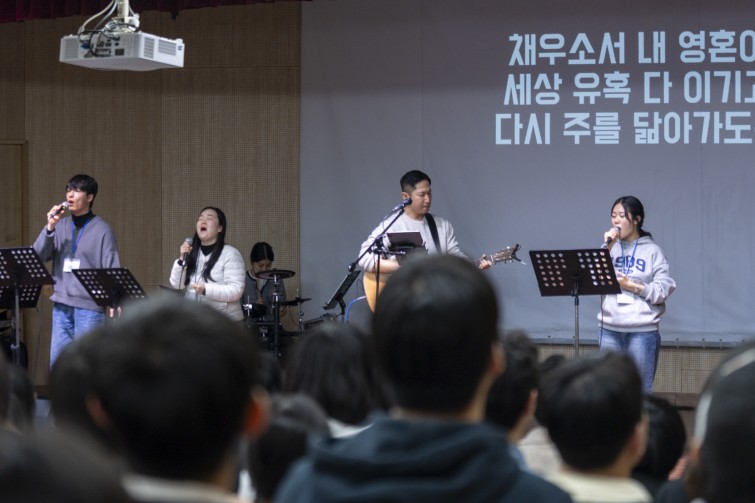 YTo1ODp7czo4OiJGaWxlTmFtZSI7czo0MDoiZjdlMDUzMGUtNjVlNC00YzVjLWE3MjgtMTEyMzUwZDdiZTQ0LmpwZyI7czoxMjoiRmlsZURhdGVUaW1lIjtpOjE3Njg0NTg5NTk7czo4OiJGaWxlU2l6ZSI7aToxMDgzMjI3O3M6ODoiRmlsZVR5cGUiO2k6MjtzOjg6Ik1pbWVUeXBlIjtzOjEwOiJpbWFnZS9qcGVnIjtzOjEzOiJTZWN0aW9uc0ZvdW5kIjtzOjMwOiJBTllfVEFHLCBJRkQwLCBUSFVNQk5BSUwsIEVYSUYiO3M6ODoiQ09NUFVURUQiO2E6OTp7czo0OiJodG1sIjtzOjI2OiJ3aWR0aD0iMTY2MiIgaGVpZ2h0PSIxMTA4IiI7czo2OiJIZWlnaHQiO2k6MTEwODtzOjU6IldpZHRoIjtpOjE2NjI7czo3OiJJc0NvbG9yIjtpOjE7czoxNzoiQnl0ZU9yZGVyTW90b3JvbGEiO2k6MDtzOjE1OiJBcGVydHVyZUZOdW1iZXIiO3M6NToiZi80LjAiO3M6OToiQ29weXJpZ2h0IjtzOjQ6IllBQkMiO3M6MTg6IlRodW1ibmFpbC5GaWxlVHlwZSI7aToyO3M6MTg6IlRodW1ibmFpbC5NaW1lVHlwZSI7czoxMDoiaW1hZ2UvanBlZyI7fXM6NDoiTWFrZSI7czo0OiJTT05ZIjtzOjU6Ik1vZGVsIjtzOjg6IklMQ0UtN000IjtzOjExOiJYUmVzb2x1dGlvbiI7czo1OiIyNDAvMSI7czoxMToiWVJlc29sdXRpb24iO3M6NToiMjQwLzEiO3M6MTQ6IlJlc29sdXRpb25Vbml0IjtpOjI7czo4OiJTb2Z0d2FyZSI7czo1MDoiQWRvYmUgUGhvdG9zaG9wIExpZ2h0cm9vbSBDbGFzc2ljIDE1LjEgKE1hY2ludG9zaCkiO3M6ODoiRGF0ZVRpbWUiO3M6MTk6IjIwMjY6MDE6MTUgMTU6MjI6MDEiO3M6NjoiQXJ0aXN0IjtzOjc6IllBQkNfU0ciO3M6OToiQ29weXJpZ2h0IjtzOjQ6IllBQkMiO3M6MTY6IkV4aWZfSUZEX1BvaW50ZXIiO2k6MjUyO3M6OToiVEhVTUJOQUlMIjthOjY6e3M6MTE6IkNvbXByZXNzaW9uIjtpOjY7czoxMToiWFJlc29sdXRpb24iO3M6NDoiNzIvMSI7czoxMToiWVJlc29sdXRpb24iO3M6NDoiNzIvMSI7czoxNDoiUmVzb2x1dGlvblVuaXQiO2k6MjtzOjIxOiJKUEVHSW50ZXJjaGFuZ2VGb3JtYXQiO2k6MTAzODtzOjI3OiJKUEVHSW50ZXJjaGFuZ2VGb3JtYXRMZW5ndGgiO2k6MTIwNTg7fXM6MTI6IkV4cG9zdXJlVGltZSI7czo1OiIxLzEyNSI7czo3OiJGTnVtYmVyIjtzOjM6IjQvMSI7czoxNToiRXhwb3N1cmVQcm9ncmFtIjtpOjE7czoxNToiSVNPU3BlZWRSYXRpbmdzIjtpOjMyMDtzOjE5OiJVbmRlZmluZWRUYWc6MHg4ODMwIjtpOjI7czoxOToiVW5kZWZpbmVkVGFnOjB4ODgzMiI7aTozMjA7czoxMToiRXhpZlZlcnNpb24iO3M6NDoiMDIzMiI7czoxNjoiRGF0ZVRpbWVPcmlnaW5hbCI7czoxOToiMjAyNjowMToxMCAxOToyOTowOSI7czoxNzoiRGF0ZVRpbWVEaWdpdGl6ZWQiO3M6MTk6IjIwMjY6MDE6MTAgMTk6Mjk6MDkiO3M6MTk6IlVuZGVmaW5lZFRhZzoweDkwMTAiO3M6NjoiKzA5OjAwIjtzOjE5OiJVbmRlZmluZWRUYWc6MHg5MDExIjtzOjY6IiswOTowMCI7czoxOToiVW5kZWZpbmVkVGFnOjB4OTAxMiI7czo2OiIrMDk6MDAiO3M6MTc6IlNodXR0ZXJTcGVlZFZhbHVlIjtzOjE1OiI2OTY1Nzg0LzEwMDAwMDAiO3M6MTM6IkFwZXJ0dXJlVmFsdWUiO3M6MzoiNC8xIjtzOjE1OiJCcmlnaHRuZXNzVmFsdWUiO3M6OToiMjk4NC8yNTYwIjtzOjE3OiJFeHBvc3VyZUJpYXNWYWx1ZSI7czo0OiIwLzEwIjtzOjE2OiJNYXhBcGVydHVyZVZhbHVlIjtzOjg6IjEwMjQvMjU2IjtzOjEyOiJNZXRlcmluZ01vZGUiO2k6NTtzOjExOiJMaWdodFNvdXJjZSI7aTowO3M6NToiRmxhc2giO2k6MTY7czoxMToiRm9jYWxMZW5ndGgiO3M6NjoiOTYwLzEwIjtzOjE4OiJTdWJTZWNUaW1lT3JpZ2luYWwiO3M6MzoiMDUzIjtzOjE5OiJTdWJTZWNUaW1lRGlnaXRpemVkIjtzOjM6IjA1MyI7czoxMDoiQ29sb3JTcGFjZSI7aTo2NTUzNTtzOjIxOiJGb2NhbFBsYW5lWFJlc29sdXRpb24iO3M6MTQ6IjY0NDQ5MzM5LzMyNzY4IjtzOjIxOiJGb2NhbFBsYW5lWVJlc29sdXRpb24iO3M6MTQ6IjY0NDQ5MzM5LzMyNzY4IjtzOjI0OiJGb2NhbFBsYW5lUmVzb2x1dGlvblVuaXQiO2k6MztzOjEwOiJGaWxlU291cmNlIjtzOjE6IgMiO3M6OToiU2NlbmVUeXBlIjtzOjE6IgEiO3M6MTQ6IkN1c3RvbVJlbmRlcmVkIjtpOjA7czoxMjoiRXhwb3N1cmVNb2RlIjtpOjE7czoxMjoiV2hpdGVCYWxhbmNlIjtpOjA7czoxNjoiRGlnaXRhbFpvb21SYXRpbyI7czo1OiIxNi8xNiI7czoyMToiRm9jYWxMZW5ndGhJbjM1bW1GaWxtIjtpOjk2O3M6MTY6IlNjZW5lQ2FwdHVyZVR5cGUiO2k6MDtzOjg6IkNvbnRyYXN0IjtpOjE7czoxMDoiU2F0dXJhdGlvbiI7aToxO3M6OToiU2hhcnBuZXNzIjtpOjA7czoxOToiVW5kZWZpbmVkVGFnOjB4QTQzMiI7YTo0OntpOjA7czo2OiI3MDAvMTAiO2k6MTtzOjc6IjIwMDAvMTAiO2k6MjtzOjU6IjQwLzEwIjtpOjM7czo1OiI0MC8xMCI7fXM6MTk6IlVuZGVmaW5lZFRhZzoweEE0MzQiO3M6MjA6IkZFIDcwLTIwMG1tIEY0IEcgT1NTIjt9